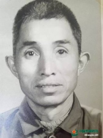 В Китае часовой 40 лет охранял заброшенное бомбоубежище