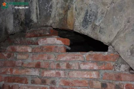 В Китае часовой 40 лет охранял заброшенное бомбоубежище