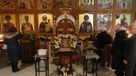 Православные христиане Актау празднуют Рождество Христово