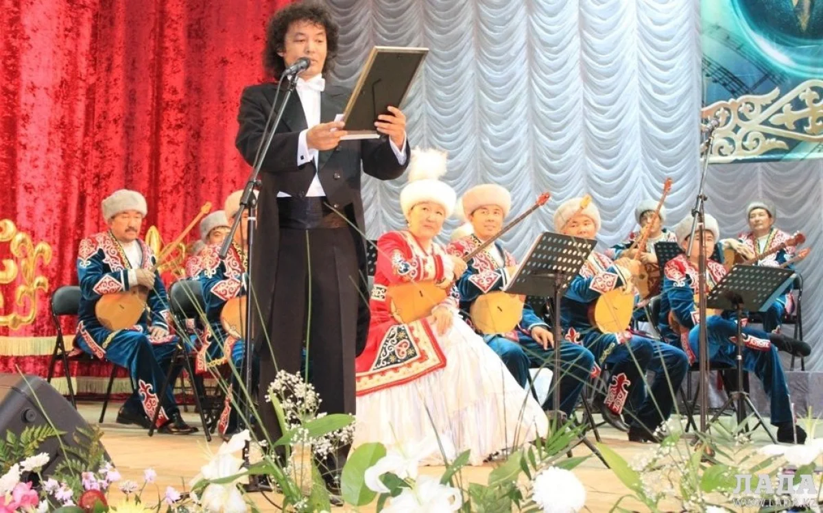 Оркестр им. А.Таракулы. Фото автора из архива «Лады»