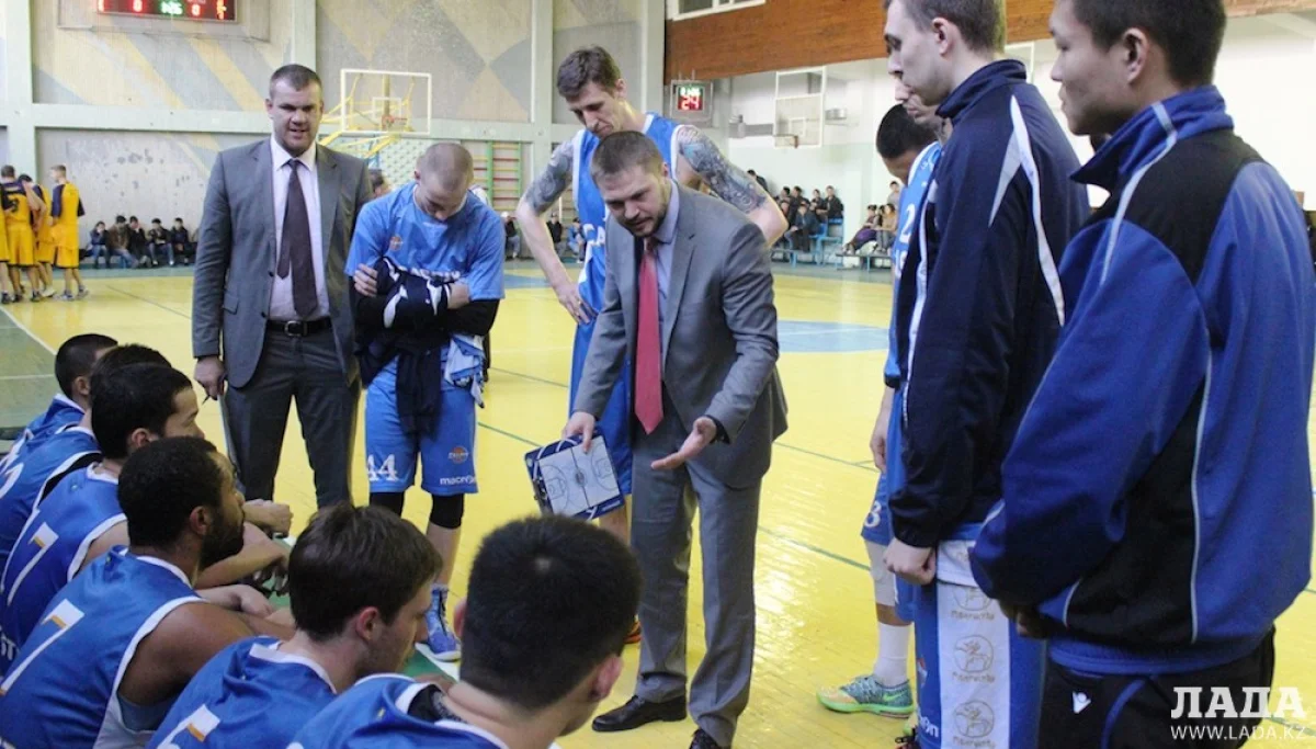 «Каспий» во время тайм-аута. Фото пресс-службы БК «Каспий»