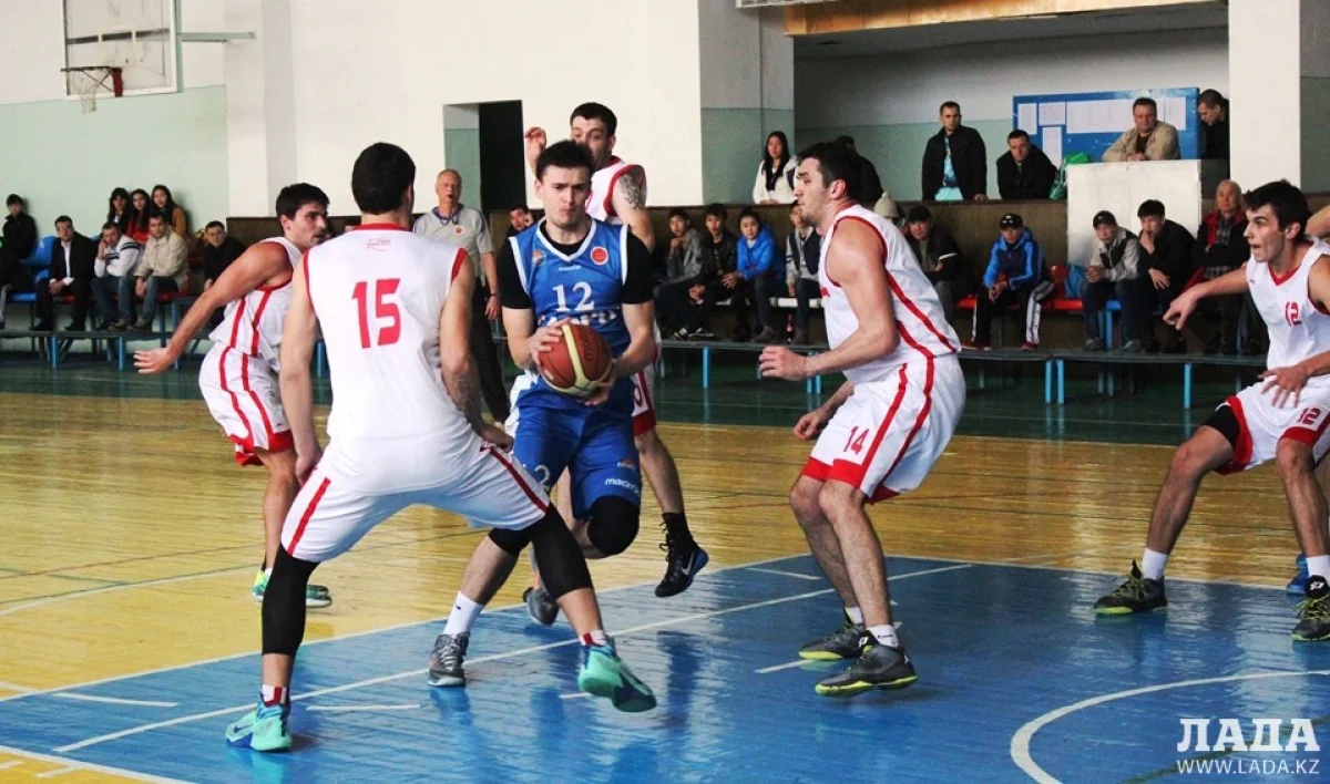 Матч со сборной Азербайджана