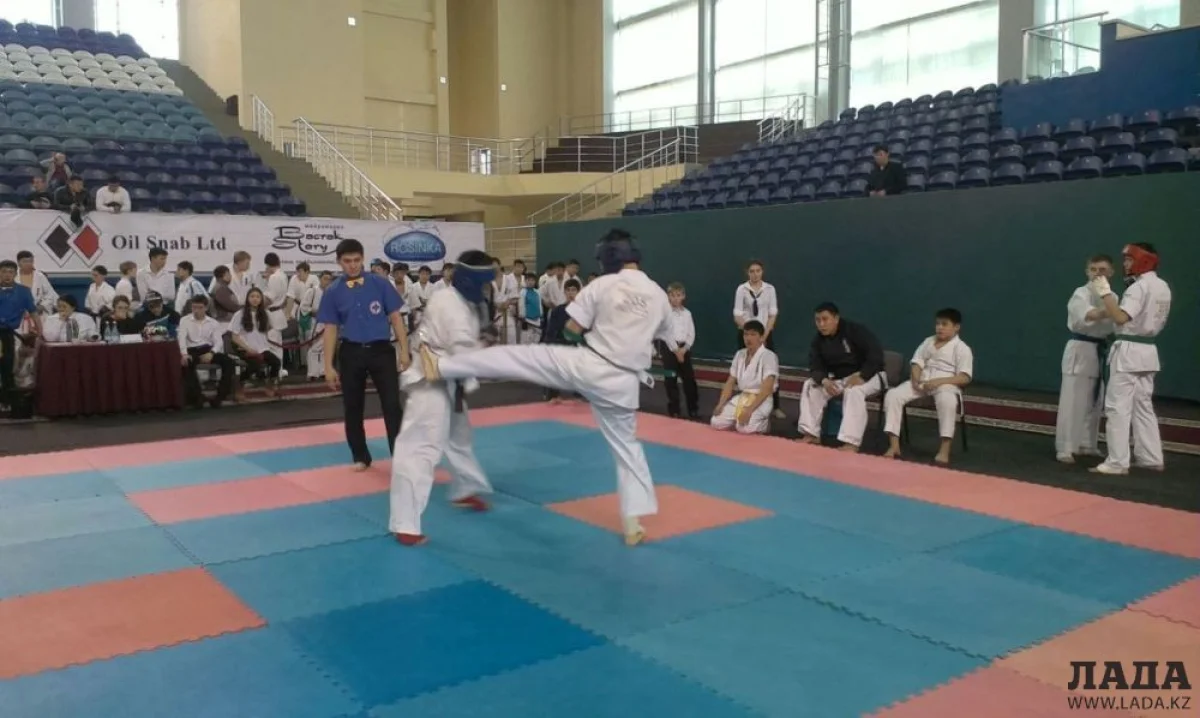 Бой на татами в Астане. Фото Усена Молдагалиева||news_pic_more|<!--TBegin--><a href="https://img.lada.kz/2015-03/1427142755_2.jpg" onclick="return hs.expand(this)" ><img align="left" src="https://img.lada.kz/2015-03/thumbs/1427142755_2.jpg" alt='Актауские спортсмены завоевали две медали на чемпионате Казахстана по кекушинкай карате в Астане' title='Актауские спортсмены завоевали две медали на чемпионате Казахстана по кекушинкай карате в Астане'  /></a><!--TEnd--><br /><!--TBegin--><a href="https://img.lada.kz/2015-03/1427142746_3.jpg" onclick="return hs.expand(this)" ><img align="left" src="https://img.lada.kz/2015-03/thumbs/1427142746_3.jpg" alt='Актауские спортсмены завоевали две медали на чемпионате Казахстана по кекушинкай карате в Астане' title='Актауские спортсмены завоевали две медали на чемпионате Казахстана по кекушинкай карате в Астане'  /></a><!--TEnd--><br /><!--TBegin--><a href="https://img.lada.kz/2015-03/1427142782_4.jpg" onclick="return hs.expand(this)" ><img align="left" src="https://img.lada.kz/2015-03/thumbs/1427142782_4.jpg" alt='Актауские спортсмены завоевали две медали на чемпионате Казахстана по кекушинкай карате в Астане' title='Актауские спортсмены завоевали две медали на чемпионате Казахстана по кекушинкай карате в Астане'  /></a><!--TEnd--><br /><!--TBegin--><a href="https://img.lada.kz/2015-03/1427142707_5.jpg" onclick="return hs.expand(this)" ><img align="left" src="https://img.lada.kz/2015-03/thumbs/1427142707_5.jpg" alt='Актауские спортсмены завоевали две медали на чемпионате Казахстана по кекушинкай карате в Астане' title='Актауские спортсмены завоевали две медали на чемпионате Казахстана по кекушинкай карате в Астане'  /></a><!--TEnd--><br /><!--TBegin--><a href="https://img.lada.kz/2015-03/1427142700_6.jpg" onclick="return hs.expand(this)" ><img align="left" src="https://img.lada.kz/2015-03/thumbs/1427142700_6.jpg" alt='Актауские спортсмены завоевали две медали на чемпионате Казахстана по кекушинкай карате в Астане' title='Актауские спортсмены завоевали две медали на чемпионате Казахстана по кекушинкай карате в Астане'  /></a><!--TEnd-->