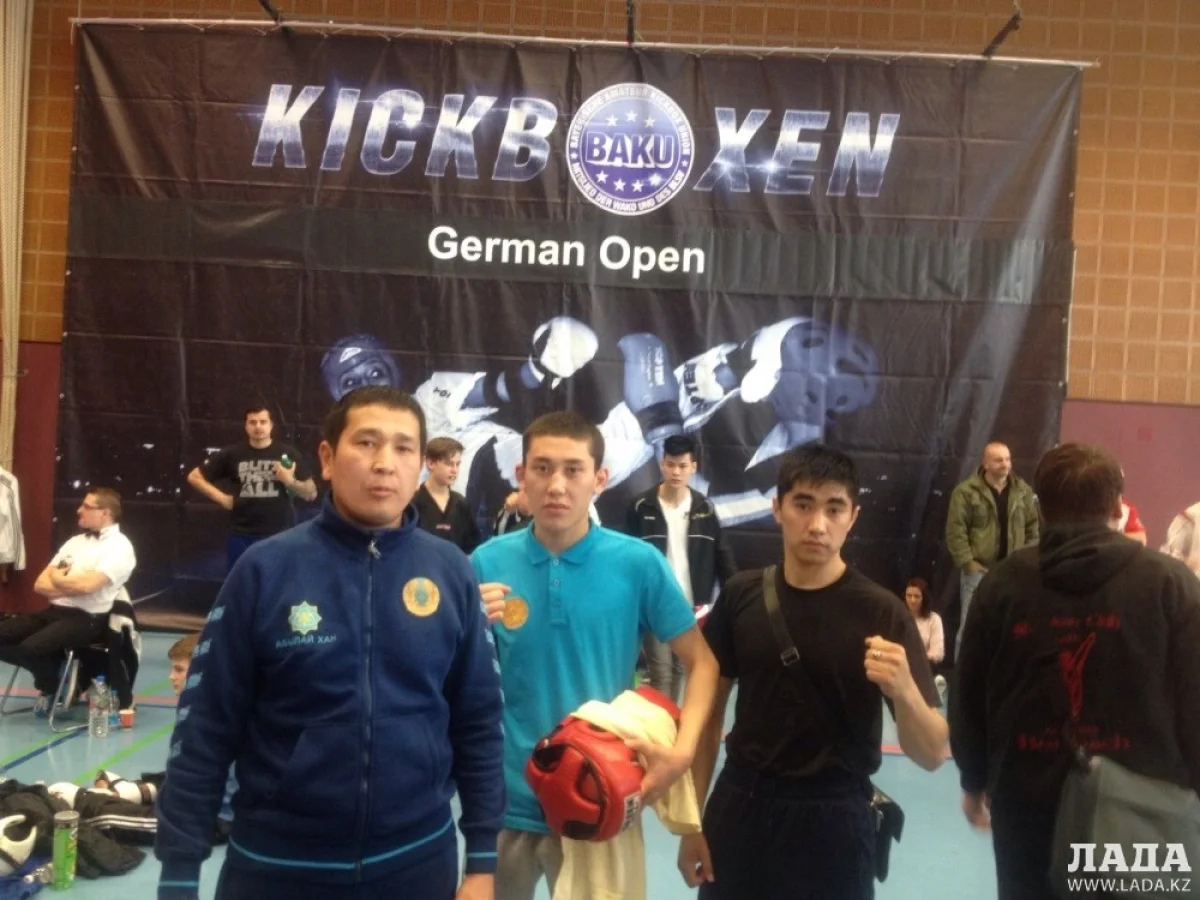 Фото предоставлено участниками турнира||news_pic_more|<!--TBegin--><a href="https://img.lada.kz/2015-03/1427276179_2.jpg" onclick="return hs.expand(this)" ><img align="left" src="https://img.lada.kz/2015-03/thumbs/1427276179_2.jpg" alt='Актауские кикбоксеры завоевали три медали на турнире в Германии' title='Актауские кикбоксеры завоевали три медали на турнире в Германии'  /></a><!--TEnd-->
