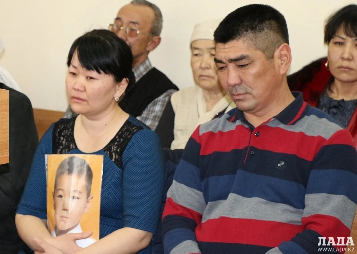 Родители погибшего мальчика в суде. Фото Кадырбека Айдарулы||news_pic_more|<!--TBegin--><a href="https://img.lada.kz/2015-04/1427979300_4.jpg" onclick="return hs.expand(this)" ><img align="left" src="https://img.lada.kz/2015-04/thumbs/1427979300_4.jpg" alt='Рахим Сатиманов: Верим, что суд вынесет справедливое решение для виновника гибели нашего сына' title='Рахим Сатиманов: Верим, что суд вынесет справедливое решение для виновника гибели нашего сына'  /></a><!--TEnd--><br /><!--TBegin--><a href="https://img.lada.kz/2015-04/1427979263_5.jpg" onclick="return hs.expand(this)" ><img align="left" src="https://img.lada.kz/2015-04/thumbs/1427979263_5.jpg" alt='Рахим Сатиманов: Верим, что суд вынесет справедливое решение для виновника гибели нашего сына' title='Рахим Сатиманов: Верим, что суд вынесет справедливое решение для виновника гибели нашего сына'  /></a><!--TEnd--><br /><!--TBegin--><a href="https://img.lada.kz/2015-04/1427979323_img_7294.jpg" onclick="return hs.expand(this)" ><img align="left" src="https://img.lada.kz/2015-04/thumbs/1427979323_img_7294.jpg" alt='Рахим Сатиманов: Верим, что суд вынесет справедливое решение для виновника гибели нашего сына' title='Рахим Сатиманов: Верим, что суд вынесет справедливое решение для виновника гибели нашего сына'  /></a><!--TEnd--><br /><!--dle_image_begin:https://img.lada.kz/2015-04/1427979312_img_7298.jpg|left--><img src="https://img.lada.kz/2015-04/1427979312_img_7298.jpg" align="left" alt="Рахим Сатиманов: Верим, что суд вынесет справедливое решение для виновника гибели нашего сына" title="Рахим Сатиманов: Верим, что суд вынесет справедливое решение для виновника гибели нашего сына"  /><!--dle_image_end--><br /><!--TBegin--><a href="https://img.lada.kz/2015-04/1427979286_img_7300.jpg" onclick="return hs.expand(this)" ><img align="left" src="https://img.lada.kz/2015-04/thumbs/1427979286_img_7300.jpg" alt='Рахим Сатиманов: Верим, что суд вынесет справедливое решение для виновника гибели нашего сына' title='Рахим Сатиманов: Верим, что суд вынесет справедливое решение для виновника гибели нашего сына'  /></a><!--TEnd--><br /><!--TBegin--><a href="https://img.lada.kz/2015-04/1427979257_img_7320.jpg" onclick="return hs.expand(this)" ><img align="left" src="https://img.lada.kz/2015-04/thumbs/1427979257_img_7320.jpg" alt='Рахим Сатиманов: Верим, что суд вынесет справедливое решение для виновника гибели нашего сына' title='Рахим Сатиманов: Верим, что суд вынесет справедливое решение для виновника гибели нашего сына'  /></a><!--TEnd-->