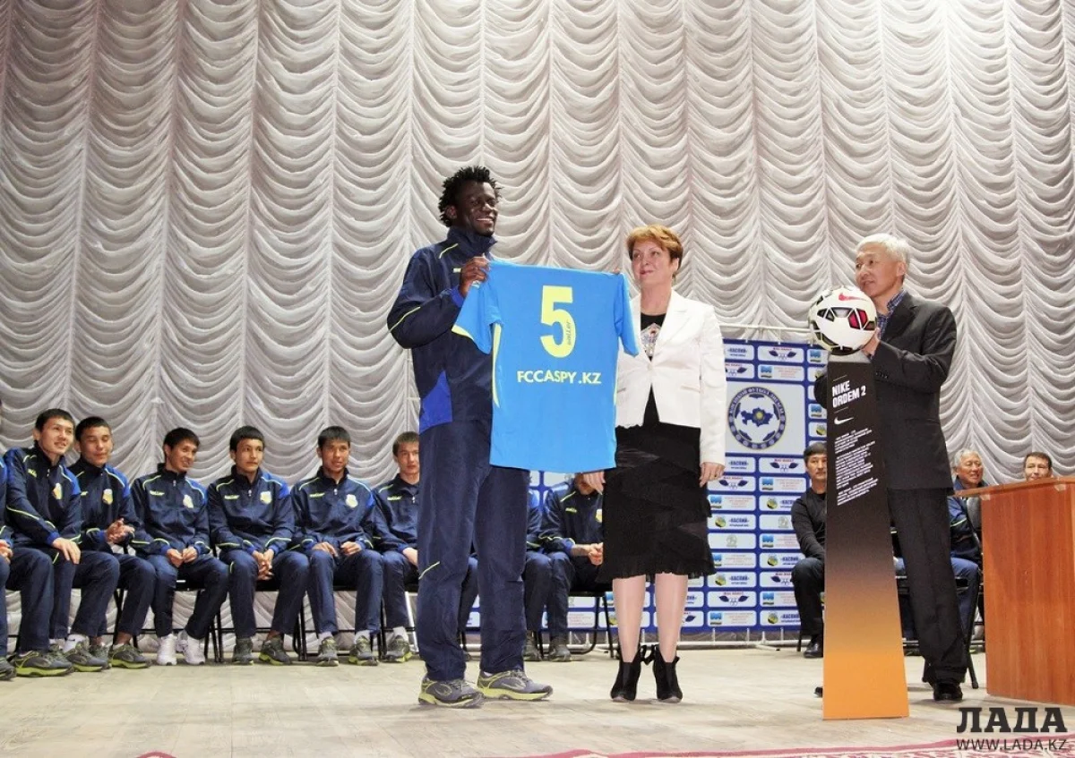 В качестве защитника сине-желтых выступит воспитанник Ивуарийского футбола Коне Драмане. Фото Ольги Сагандыковой