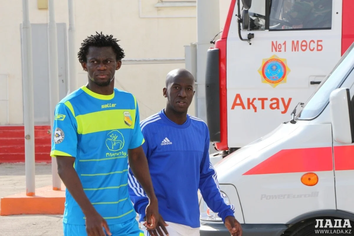 После матча. Фото Кадырбека Айдарулы||news_pic_more|<!--TBegin--><a href="https://img.lada.kz/2015-04/1428157796_img_7567.jpg" onclick="return hs.expand(this)" ><img align="left" src="https://img.lada.kz/2015-04/thumbs/1428157796_img_7567.jpg" alt='Актауский «Каспий» и петропавловский «Кызылжар СК» сыграли вничью' title='Актауский «Каспий» и петропавловский «Кызылжар СК» сыграли вничью'  /></a><!--TEnd--><br /><!--TBegin--><a href="https://img.lada.kz/2015-04/1428157813_img_7568.jpg" onclick="return hs.expand(this)" ><img align="left" src="https://img.lada.kz/2015-04/thumbs/1428157813_img_7568.jpg" alt='Актауский «Каспий» и петропавловский «Кызылжар СК» сыграли вничью' title='Актауский «Каспий» и петропавловский «Кызылжар СК» сыграли вничью'  /></a><!--TEnd--><br /><!--TBegin--><a href="https://img.lada.kz/2015-04/1428157868_img_7569.jpg" onclick="return hs.expand(this)" ><img align="left" src="https://img.lada.kz/2015-04/thumbs/1428157868_img_7569.jpg" alt='Актауский «Каспий» и петропавловский «Кызылжар СК» сыграли вничью' title='Актауский «Каспий» и петропавловский «Кызылжар СК» сыграли вничью'  /></a><!--TEnd--><br /><!--TBegin--><a href="https://img.lada.kz/2015-04/1428157849_img_7571.jpg" onclick="return hs.expand(this)" ><img align="left" src="https://img.lada.kz/2015-04/thumbs/1428157849_img_7571.jpg" alt='Актауский «Каспий» и петропавловский «Кызылжар СК» сыграли вничью' title='Актауский «Каспий» и петропавловский «Кызылжар СК» сыграли вничью'  /></a><!--TEnd--><br /><!--TBegin--><a href="https://img.lada.kz/2015-04/1428157857_img_7572.jpg" onclick="return hs.expand(this)" ><img align="left" src="https://img.lada.kz/2015-04/thumbs/1428157857_img_7572.jpg" alt='Актауский «Каспий» и петропавловский «Кызылжар СК» сыграли вничью' title='Актауский «Каспий» и петропавловский «Кызылжар СК» сыграли вничью'  /></a><!--TEnd--><br /><!--TBegin--><a href="https://img.lada.kz/2015-04/1428157822_img_7573.jpg" onclick="return hs.expand(this)" ><img align="left" src="https://img.lada.kz/2015-04/thumbs/1428157822_img_7573.jpg" alt='Актауский «Каспий» и петропавловский «Кызылжар СК» сыграли вничью' title='Актауский «Каспий» и петропавловский «Кызылжар СК» сыграли вничью'  /></a><!--TEnd--><br /><!--TBegin--><a href="https://img.lada.kz/2015-04/1428157830_img_7574.jpg" onclick="return hs.expand(this)" ><img align="left" src="https://img.lada.kz/2015-04/thumbs/1428157830_img_7574.jpg" alt='Актауский «Каспий» и петропавловский «Кызылжар СК» сыграли вничью' title='Актауский «Каспий» и петропавловский «Кызылжар СК» сыграли вничью'  /></a><!--TEnd--><br /><!--TBegin--><a href="https://img.lada.kz/2015-04/1428157853_img_7575.jpg" onclick="return hs.expand(this)" ><img align="left" src="https://img.lada.kz/2015-04/thumbs/1428157853_img_7575.jpg" alt='Актауский «Каспий» и петропавловский «Кызылжар СК» сыграли вничью' title='Актауский «Каспий» и петропавловский «Кызылжар СК» сыграли вничью'  /></a><!--TEnd--><br /><!--TBegin--><a href="https://img.lada.kz/2015-04/1428157857_img_7576.jpg" onclick="return hs.expand(this)" ><img align="left" src="https://img.lada.kz/2015-04/thumbs/1428157857_img_7576.jpg" alt='Актауский «Каспий» и петропавловский «Кызылжар СК» сыграли вничью' title='Актауский «Каспий» и петропавловский «Кызылжар СК» сыграли вничью'  /></a><!--TEnd--><br /><!--TBegin--><a href="https://img.lada.kz/2015-04/1428157879_img_7580.jpg" onclick="return hs.expand(this)" ><img align="left" src="https://img.lada.kz/2015-04/thumbs/1428157879_img_7580.jpg" alt='Актауский «Каспий» и петропавловский «Кызылжар СК» сыграли вничью' title='Актауский «Каспий» и петропавловский «Кызылжар СК» сыграли вничью'  /></a><!--TEnd--><br /><!--TBegin--><a href="https://img.lada.kz/2015-04/1428157919_img_7581.jpg" onclick="return hs.expand(this)" ><img align="left" src="https://img.lada.kz/2015-04/thumbs/1428157919_img_7581.jpg" alt='Актауский «Каспий» и петропавловский «Кызылжар СК» сыграли вничью' title='Актауский «Каспий» и петропавловский «Кызылжар СК» сыграли вничью'  /></a><!--TEnd--><br /><!--TBegin--><a href="https://img.lada.kz/2015-04/1428157874_img_7582.jpg" onclick="return hs.expand(this)" ><img align="left" src="https://img.lada.kz/2015-04/thumbs/1428157874_img_7582.jpg" alt='Актауский «Каспий» и петропавловский «Кызылжар СК» сыграли вничью' title='Актауский «Каспий» и петропавловский «Кызылжар СК» сыграли вничью'  /></a><!--TEnd--><br /><!--TBegin--><a href="https://img.lada.kz/2015-04/1428157951_img_7586.jpg" onclick="return hs.expand(this)" ><img align="left" src="https://img.lada.kz/2015-04/thumbs/1428157951_img_7586.jpg" alt='Актауский «Каспий» и петропавловский «Кызылжар СК» сыграли вничью' title='Актауский «Каспий» и петропавловский «Кызылжар СК» сыграли вничью'  /></a><!--TEnd--><br /><!--TBegin--><a href="https://img.lada.kz/2015-04/1428157926_img_7587.jpg" onclick="return hs.expand(this)" ><img align="left" src="https://img.lada.kz/2015-04/thumbs/1428157926_img_7587.jpg" alt='Актауский «Каспий» и петропавловский «Кызылжар СК» сыграли вничью' title='Актауский «Каспий» и петропавловский «Кызылжар СК» сыграли вничью'  /></a><!--TEnd--><br /><!--TBegin--><a href="https://img.lada.kz/2015-04/1428157965_img_7589.jpg" onclick="return hs.expand(this)" ><img align="left" src="https://img.lada.kz/2015-04/thumbs/1428157965_img_7589.jpg" alt='Актауский «Каспий» и петропавловский «Кызылжар СК» сыграли вничью' title='Актауский «Каспий» и петропавловский «Кызылжар СК» сыграли вничью'  /></a><!--TEnd--><br /><!--TBegin--><a href="https://img.lada.kz/2015-04/1428157927_img_7590.jpg" onclick="return hs.expand(this)" ><img align="left" src="https://img.lada.kz/2015-04/thumbs/1428157927_img_7590.jpg" alt='Актауский «Каспий» и петропавловский «Кызылжар СК» сыграли вничью' title='Актауский «Каспий» и петропавловский «Кызылжар СК» сыграли вничью'  /></a><!--TEnd--><br /><!--TBegin--><a href="https://img.lada.kz/2015-04/1428157981_img_7592.jpg" onclick="return hs.expand(this)" ><img align="left" src="https://img.lada.kz/2015-04/thumbs/1428157981_img_7592.jpg" alt='Актауский «Каспий» и петропавловский «Кызылжар СК» сыграли вничью' title='Актауский «Каспий» и петропавловский «Кызылжар СК» сыграли вничью'  /></a><!--TEnd--><br /><!--TBegin--><a href="https://img.lada.kz/2015-04/1428157926_img_7593.jpg" onclick="return hs.expand(this)" ><img align="left" src="https://img.lada.kz/2015-04/thumbs/1428157926_img_7593.jpg" alt='Актауский «Каспий» и петропавловский «Кызылжар СК» сыграли вничью' title='Актауский «Каспий» и петропавловский «Кызылжар СК» сыграли вничью'  /></a><!--TEnd--><br /><!--TBegin--><a href="https://img.lada.kz/2015-04/1428157985_img_7594.jpg" onclick="return hs.expand(this)" ><img align="left" src="https://img.lada.kz/2015-04/thumbs/1428157985_img_7594.jpg" alt='Актауский «Каспий» и петропавловский «Кызылжар СК» сыграли вничью' title='Актауский «Каспий» и петропавловский «Кызылжар СК» сыграли вничью'  /></a><!--TEnd--><br /><!--TBegin--><a href="https://img.lada.kz/2015-04/1428158006_img_7595.jpg" onclick="return hs.expand(this)" ><img align="left" src="https://img.lada.kz/2015-04/thumbs/1428158006_img_7595.jpg" alt='Актауский «Каспий» и петропавловский «Кызылжар СК» сыграли вничью' title='Актауский «Каспий» и петропавловский «Кызылжар СК» сыграли вничью'  /></a><!--TEnd--><br /><!--TBegin--><a href="https://img.lada.kz/2015-04/1428157950_img_7597.jpg" onclick="return hs.expand(this)" ><img align="left" src="https://img.lada.kz/2015-04/thumbs/1428157950_img_7597.jpg" alt='Актауский «Каспий» и петропавловский «Кызылжар СК» сыграли вничью' title='Актауский «Каспий» и петропавловский «Кызылжар СК» сыграли вничью'  /></a><!--TEnd--><br /><!--TBegin--><a href="https://img.lada.kz/2015-04/1428158023_img_7598.jpg" onclick="return hs.expand(this)" ><img align="left" src="https://img.lada.kz/2015-04/thumbs/1428158023_img_7598.jpg" alt='Актауский «Каспий» и петропавловский «Кызылжар СК» сыграли вничью' title='Актауский «Каспий» и петропавловский «Кызылжар СК» сыграли вничью'  /></a><!--TEnd--><br /><!--TBegin--><a href="https://img.lada.kz/2015-04/1428158019_img_7601.jpg" onclick="return hs.expand(this)" ><img align="left" src="https://img.lada.kz/2015-04/thumbs/1428158019_img_7601.jpg" alt='Актауский «Каспий» и петропавловский «Кызылжар СК» сыграли вничью' title='Актауский «Каспий» и петропавловский «Кызылжар СК» сыграли вничью'  /></a><!--TEnd--><br /><!--TBegin--><a href="https://img.lada.kz/2015-04/1428157977_img_7604.jpg" onclick="return hs.expand(this)" ><img align="left" src="https://img.lada.kz/2015-04/thumbs/1428157977_img_7604.jpg" alt='Актауский «Каспий» и петропавловский «Кызылжар СК» сыграли вничью' title='Актауский «Каспий» и петропавловский «Кызылжар СК» сыграли вничью'  /></a><!--TEnd--><br /><!--TBegin--><a href="https://img.lada.kz/2015-04/1428157986_img_7605.jpg" onclick="return hs.expand(this)" ><img align="left" src="https://img.lada.kz/2015-04/thumbs/1428157986_img_7605.jpg" alt='Актауский «Каспий» и петропавловский «Кызылжар СК» сыграли вничью' title='Актауский «Каспий» и петропавловский «Кызылжар СК» сыграли вничью'  /></a><!--TEnd--><br /><!--TBegin--><a href="https://img.lada.kz/2015-04/1428157990_img_7606.jpg" onclick="return hs.expand(this)" ><img align="left" src="https://img.lada.kz/2015-04/thumbs/1428157990_img_7606.jpg" alt='Актауский «Каспий» и петропавловский «Кызылжар СК» сыграли вничью' title='Актауский «Каспий» и петропавловский «Кызылжар СК» сыграли вничью'  /></a><!--TEnd--><br /><!--TBegin--><a href="https://img.lada.kz/2015-04/1428158004_img_7607.jpg" onclick="return hs.expand(this)" ><img align="left" src="https://img.lada.kz/2015-04/thumbs/1428158004_img_7607.jpg" alt='Актауский «Каспий» и петропавловский «Кызылжар СК» сыграли вничью' title='Актауский «Каспий» и петропавловский «Кызылжар СК» сыграли вничью'  /></a><!--TEnd--><br /><!--TBegin--><a href="https://img.lada.kz/2015-04/1428157997_img_7608.jpg" onclick="return hs.expand(this)" ><img align="left" src="https://img.lada.kz/2015-04/thumbs/1428157997_img_7608.jpg" alt='Актауский «Каспий» и петропавловский «Кызылжар СК» сыграли вничью' title='Актауский «Каспий» и петропавловский «Кызылжар СК» сыграли вничью'  /></a><!--TEnd--><br /><!--TBegin--><a href="https://img.lada.kz/2015-04/1428158014_img_7612.jpg" onclick="return hs.expand(this)" ><img align="left" src="https://img.lada.kz/2015-04/thumbs/1428158014_img_7612.jpg" alt='Актауский «Каспий» и петропавловский «Кызылжар СК» сыграли вничью' title='Актауский «Каспий» и петропавловский «Кызылжар СК» сыграли вничью'  /></a><!--TEnd--><br /><!--TBegin--><a href="https://img.lada.kz/2015-04/1428157998_img_7613.jpg" onclick="return hs.expand(this)" ><img align="left" src="https://img.lada.kz/2015-04/thumbs/1428157998_img_7613.jpg" alt='Актауский «Каспий» и петропавловский «Кызылжар СК» сыграли вничью' title='Актауский «Каспий» и петропавловский «Кызылжар СК» сыграли вничью'  /></a><!--TEnd--><br /><!--TBegin--><a href="https://img.lada.kz/2015-04/1428158060_img_7614.jpg" onclick="return hs.expand(this)" ><img align="left" src="https://img.lada.kz/2015-04/thumbs/1428158060_img_7614.jpg" alt='Актауский «Каспий» и петропавловский «Кызылжар СК» сыграли вничью' title='Актауский «Каспий» и петропавловский «Кызылжар СК» сыграли вничью'  /></a><!--TEnd--><br /><!--TBegin--><a href="https://img.lada.kz/2015-04/1428158042_img_7615.jpg" onclick="return hs.expand(this)" ><img align="left" src="https://img.lada.kz/2015-04/thumbs/1428158042_img_7615.jpg" alt='Актауский «Каспий» и петропавловский «Кызылжар СК» сыграли вничью' title='Актауский «Каспий» и петропавловский «Кызылжар СК» сыграли вничью'  /></a><!--TEnd--><br /><!--TBegin--><a href="https://img.lada.kz/2015-04/1428158015_img_7617.jpg" onclick="return hs.expand(this)" ><img align="left" src="https://img.lada.kz/2015-04/thumbs/1428158015_img_7617.jpg" alt='Актауский «Каспий» и петропавловский «Кызылжар СК» сыграли вничью' title='Актауский «Каспий» и петропавловский «Кызылжар СК» сыграли вничью'  /></a><!--TEnd--><br /><!--TBegin--><a href="https://img.lada.kz/2015-04/1428158064_img_7618.jpg" onclick="return hs.expand(this)" ><img align="left" src="https://img.lada.kz/2015-04/thumbs/1428158064_img_7618.jpg" alt='Актауский «Каспий» и петропавловский «Кызылжар СК» сыграли вничью' title='Актауский «Каспий» и петропавловский «Кызылжар СК» сыграли вничью'  /></a><!--TEnd--><br /><!--TBegin--><a href="https://img.lada.kz/2015-04/1428158018_img_7619.jpg" onclick="return hs.expand(this)" ><img align="left" src="https://img.lada.kz/2015-04/thumbs/1428158018_img_7619.jpg" alt='Актауский «Каспий» и петропавловский «Кызылжар СК» сыграли вничью' title='Актауский «Каспий» и петропавловский «Кызылжар СК» сыграли вничью'  /></a><!--TEnd--><br /><!--TBegin--><a href="https://img.lada.kz/2015-04/1428158055_img_7620.jpg" onclick="return hs.expand(this)" ><img align="left" src="https://img.lada.kz/2015-04/thumbs/1428158055_img_7620.jpg" alt='Актауский «Каспий» и петропавловский «Кызылжар СК» сыграли вничью' title='Актауский «Каспий» и петропавловский «Кызылжар СК» сыграли вничью'  /></a><!--TEnd--><br /><!--TBegin--><a href="https://img.lada.kz/2015-04/1428158127_img_7621.jpg" onclick="return hs.expand(this)" ><img align="left" src="https://img.lada.kz/2015-04/thumbs/1428158127_img_7621.jpg" alt='Актауский «Каспий» и петропавловский «Кызылжар СК» сыграли вничью' title='Актауский «Каспий» и петропавловский «Кызылжар СК» сыграли вничью'  /></a><!--TEnd--><br /><!--TBegin--><a href="https://img.lada.kz/2015-04/1428158084_img_7622.jpg" onclick="return hs.expand(this)" ><img align="left" src="https://img.lada.kz/2015-04/thumbs/1428158084_img_7622.jpg" alt='Актауский «Каспий» и петропавловский «Кызылжар СК» сыграли вничью' title='Актауский «Каспий» и петропавловский «Кызылжар СК» сыграли вничью'  /></a><!--TEnd--><br /><!--TBegin--><a href="https://img.lada.kz/2015-04/1428158085_img_7627.jpg" onclick="return hs.expand(this)" ><img align="left" src="https://img.lada.kz/2015-04/thumbs/1428158085_img_7627.jpg" alt='Актауский «Каспий» и петропавловский «Кызылжар СК» сыграли вничью' title='Актауский «Каспий» и петропавловский «Кызылжар СК» сыграли вничью'  /></a><!--TEnd--><br /><!--TBegin--><a href="https://img.lada.kz/2015-04/1428158121_img_7629.jpg" onclick="return hs.expand(this)" ><img align="left" src="https://img.lada.kz/2015-04/thumbs/1428158121_img_7629.jpg" alt='Актауский «Каспий» и петропавловский «Кызылжар СК» сыграли вничью' title='Актауский «Каспий» и петропавловский «Кызылжар СК» сыграли вничью'  /></a><!--TEnd--><br /><!--TBegin--><a href="https://img.lada.kz/2015-04/1428158094_img_7631.jpg" onclick="return hs.expand(this)" ><img align="left" src="https://img.lada.kz/2015-04/thumbs/1428158094_img_7631.jpg" alt='Актауский «Каспий» и петропавловский «Кызылжар СК» сыграли вничью' title='Актауский «Каспий» и петропавловский «Кызылжар СК» сыграли вничью'  /></a><!--TEnd--><br /><!--TBegin--><a href="https://img.lada.kz/2015-04/1428158093_img_7633.jpg" onclick="return hs.expand(this)" ><img align="left" src="https://img.lada.kz/2015-04/thumbs/1428158093_img_7633.jpg" alt='Актауский «Каспий» и петропавловский «Кызылжар СК» сыграли вничью' title='Актауский «Каспий» и петропавловский «Кызылжар СК» сыграли вничью'  /></a><!--TEnd--><br /><!--TBegin--><a href="https://img.lada.kz/2015-04/1428158146_img_7635.jpg" onclick="return hs.expand(this)" ><img align="left" src="https://img.lada.kz/2015-04/thumbs/1428158146_img_7635.jpg" alt='Актауский «Каспий» и петропавловский «Кызылжар СК» сыграли вничью' title='Актауский «Каспий» и петропавловский «Кызылжар СК» сыграли вничью'  /></a><!--TEnd--><br /><!--TBegin--><a href="https://img.lada.kz/2015-04/1428158113_img_7636.jpg" onclick="return hs.expand(this)" ><img align="left" src="https://img.lada.kz/2015-04/thumbs/1428158113_img_7636.jpg" alt='Актауский «Каспий» и петропавловский «Кызылжар СК» сыграли вничью' title='Актауский «Каспий» и петропавловский «Кызылжар СК» сыграли вничью'  /></a><!--TEnd--><br /><!--TBegin--><a href="https://img.lada.kz/2015-04/1428158121_img_7639.jpg" onclick="return hs.expand(this)" ><img align="left" src="https://img.lada.kz/2015-04/thumbs/1428158121_img_7639.jpg" alt='Актауский «Каспий» и петропавловский «Кызылжар СК» сыграли вничью' title='Актауский «Каспий» и петропавловский «Кызылжар СК» сыграли вничью'  /></a><!--TEnd--><br /><!--TBegin--><a href="https://img.lada.kz/2015-04/1428158105_img_7644.jpg" onclick="return hs.expand(this)" ><img align="left" src="https://img.lada.kz/2015-04/thumbs/1428158105_img_7644.jpg" alt='Актауский «Каспий» и петропавловский «Кызылжар СК» сыграли вничью' title='Актауский «Каспий» и петропавловский «Кызылжар СК» сыграли вничью'  /></a><!--TEnd--><br /><!--TBegin--><a href="https://img.lada.kz/2015-04/1428158127_img_7646.jpg" onclick="return hs.expand(this)" ><img align="left" src="https://img.lada.kz/2015-04/thumbs/1428158127_img_7646.jpg" alt='Актауский «Каспий» и петропавловский «Кызылжар СК» сыграли вничью' title='Актауский «Каспий» и петропавловский «Кызылжар СК» сыграли вничью'  /></a><!--TEnd--><br /><!--TBegin--><a href="https://img.lada.kz/2015-04/1428158150_img_7648.jpg" onclick="return hs.expand(this)" ><img align="left" src="https://img.lada.kz/2015-04/thumbs/1428158150_img_7648.jpg" alt='Актауский «Каспий» и петропавловский «Кызылжар СК» сыграли вничью' title='Актауский «Каспий» и петропавловский «Кызылжар СК» сыграли вничью'  /></a><!--TEnd--><br /><!--TBegin--><a href="https://img.lada.kz/2015-04/1428158171_img_7651.jpg" onclick="return hs.expand(this)" ><img align="left" src="https://img.lada.kz/2015-04/thumbs/1428158171_img_7651.jpg" alt='Актауский «Каспий» и петропавловский «Кызылжар СК» сыграли вничью' title='Актауский «Каспий» и петропавловский «Кызылжар СК» сыграли вничью'  /></a><!--TEnd--><br /><!--TBegin--><a href="https://img.lada.kz/2015-04/1428158212_img_7652.jpg" onclick="return hs.expand(this)" ><img align="left" src="https://img.lada.kz/2015-04/thumbs/1428158212_img_7652.jpg" alt='Актауский «Каспий» и петропавловский «Кызылжар СК» сыграли вничью' title='Актауский «Каспий» и петропавловский «Кызылжар СК» сыграли вничью'  /></a><!--TEnd--><br /><!--TBegin--><a href="https://img.lada.kz/2015-04/1428158170_img_7662.jpg" onclick="return hs.expand(this)" ><img align="left" src="https://img.lada.kz/2015-04/thumbs/1428158170_img_7662.jpg" alt='Актауский «Каспий» и петропавловский «Кызылжар СК» сыграли вничью' title='Актауский «Каспий» и петропавловский «Кызылжар СК» сыграли вничью'  /></a><!--TEnd--><br /><!--TBegin--><a href="https://img.lada.kz/2015-04/1428158145_img_7663.jpg" onclick="return hs.expand(this)" ><img align="left" src="https://img.lada.kz/2015-04/thumbs/1428158145_img_7663.jpg" alt='Актауский «Каспий» и петропавловский «Кызылжар СК» сыграли вничью' title='Актауский «Каспий» и петропавловский «Кызылжар СК» сыграли вничью'  /></a><!--TEnd--><br /><!--TBegin--><a href="https://img.lada.kz/2015-04/1428158213_img_7664.jpg" onclick="return hs.expand(this)" ><img align="left" src="https://img.lada.kz/2015-04/thumbs/1428158213_img_7664.jpg" alt='Актауский «Каспий» и петропавловский «Кызылжар СК» сыграли вничью' title='Актауский «Каспий» и петропавловский «Кызылжар СК» сыграли вничью'  /></a><!--TEnd--><br /><!--TBegin--><a href="https://img.lada.kz/2015-04/1428158235_img_7665.jpg" onclick="return hs.expand(this)" ><img align="left" src="https://img.lada.kz/2015-04/thumbs/1428158235_img_7665.jpg" alt='Актауский «Каспий» и петропавловский «Кызылжар СК» сыграли вничью' title='Актауский «Каспий» и петропавловский «Кызылжар СК» сыграли вничью'  /></a><!--TEnd--><br /><!--TBegin--><a href="https://img.lada.kz/2015-04/1428158235_img_7666.jpg" onclick="return hs.expand(this)" ><img align="left" src="https://img.lada.kz/2015-04/thumbs/1428158235_img_7666.jpg" alt='Актауский «Каспий» и петропавловский «Кызылжар СК» сыграли вничью' title='Актауский «Каспий» и петропавловский «Кызылжар СК» сыграли вничью'  /></a><!--TEnd--><br /><!--TBegin--><a href="https://img.lada.kz/2015-04/1428158179_img_7667.jpg" onclick="return hs.expand(this)" ><img align="left" src="https://img.lada.kz/2015-04/thumbs/1428158179_img_7667.jpg" alt='Актауский «Каспий» и петропавловский «Кызылжар СК» сыграли вничью' title='Актауский «Каспий» и петропавловский «Кызылжар СК» сыграли вничью'  /></a><!--TEnd--><br /><!--TBegin--><a href="https://img.lada.kz/2015-04/1428158214_img_7668.jpg" onclick="return hs.expand(this)" ><img align="left" src="https://img.lada.kz/2015-04/thumbs/1428158214_img_7668.jpg" alt='Актауский «Каспий» и петропавловский «Кызылжар СК» сыграли вничью' title='Актауский «Каспий» и петропавловский «Кызылжар СК» сыграли вничью'  /></a><!--TEnd--><br /><!--TBegin--><a href="https://img.lada.kz/2015-04/1428158261_img_7669.jpg" onclick="return hs.expand(this)" ><img align="left" src="https://img.lada.kz/2015-04/thumbs/1428158261_img_7669.jpg" alt='Актауский «Каспий» и петропавловский «Кызылжар СК» сыграли вничью' title='Актауский «Каспий» и петропавловский «Кызылжар СК» сыграли вничью'  /></a><!--TEnd--><br /><!--TBegin--><a href="https://img.lada.kz/2015-04/1428158278_img_7670.jpg" onclick="return hs.expand(this)" ><img align="left" src="https://img.lada.kz/2015-04/thumbs/1428158278_img_7670.jpg" alt='Актауский «Каспий» и петропавловский «Кызылжар СК» сыграли вничью' title='Актауский «Каспий» и петропавловский «Кызылжар СК» сыграли вничью'  /></a><!--TEnd--><br /><!--TBegin--><a href="https://img.lada.kz/2015-04/1428158233_img_7676.jpg" onclick="return hs.expand(this)" ><img align="left" src="https://img.lada.kz/2015-04/thumbs/1428158233_img_7676.jpg" alt='Актауский «Каспий» и петропавловский «Кызылжар СК» сыграли вничью' title='Актауский «Каспий» и петропавловский «Кызылжар СК» сыграли вничью'  /></a><!--TEnd--><br /><!--TBegin--><a href="https://img.lada.kz/2015-04/1428158253_img_7686.jpg" onclick="return hs.expand(this)" ><img align="left" src="https://img.lada.kz/2015-04/thumbs/1428158253_img_7686.jpg" alt='Актауский «Каспий» и петропавловский «Кызылжар СК» сыграли вничью' title='Актауский «Каспий» и петропавловский «Кызылжар СК» сыграли вничью'  /></a><!--TEnd--><br /><!--TBegin--><a href="https://img.lada.kz/2015-04/1428158246_img_7687.jpg" onclick="return hs.expand(this)" ><img align="left" src="https://img.lada.kz/2015-04/thumbs/1428158246_img_7687.jpg" alt='Актауский «Каспий» и петропавловский «Кызылжар СК» сыграли вничью' title='Актауский «Каспий» и петропавловский «Кызылжар СК» сыграли вничью'  /></a><!--TEnd--><br /><!--TBegin--><a href="https://img.lada.kz/2015-04/1428158223_img_7691.jpg" onclick="return hs.expand(this)" ><img align="left" src="https://img.lada.kz/2015-04/thumbs/1428158223_img_7691.jpg" alt='Актауский «Каспий» и петропавловский «Кызылжар СК» сыграли вничью' title='Актауский «Каспий» и петропавловский «Кызылжар СК» сыграли вничью'  /></a><!--TEnd--><br /><!--TBegin--><a href="https://img.lada.kz/2015-04/1428158227_img_7694.jpg" onclick="return hs.expand(this)" ><img align="left" src="https://img.lada.kz/2015-04/thumbs/1428158227_img_7694.jpg" alt='Актауский «Каспий» и петропавловский «Кызылжар СК» сыграли вничью' title='Актауский «Каспий» и петропавловский «Кызылжар СК» сыграли вничью'  /></a><!--TEnd--><br /><!--TBegin--><a href="https://img.lada.kz/2015-04/1428158231_img_7695.jpg" onclick="return hs.expand(this)" ><img align="left" src="https://img.lada.kz/2015-04/thumbs/1428158231_img_7695.jpg" alt='Актауский «Каспий» и петропавловский «Кызылжар СК» сыграли вничью' title='Актауский «Каспий» и петропавловский «Кызылжар СК» сыграли вничью'  /></a><!--TEnd--><br /><!--TBegin--><a href="https://img.lada.kz/2015-04/1428158256_img_7697.jpg" onclick="return hs.expand(this)" ><img align="left" src="https://img.lada.kz/2015-04/thumbs/1428158256_img_7697.jpg" alt='Актауский «Каспий» и петропавловский «Кызылжар СК» сыграли вничью' title='Актауский «Каспий» и петропавловский «Кызылжар СК» сыграли вничью'  /></a><!--TEnd--><br /><!--TBegin--><a href="https://img.lada.kz/2015-04/1428158279_img_7698.jpg" onclick="return hs.expand(this)" ><img align="left" src="https://img.lada.kz/2015-04/thumbs/1428158279_img_7698.jpg" alt='Актауский «Каспий» и петропавловский «Кызылжар СК» сыграли вничью' title='Актауский «Каспий» и петропавловский «Кызылжар СК» сыграли вничью'  /></a><!--TEnd--><br /><!--TBegin--><a href="https://img.lada.kz/2015-04/1428158332_img_7700.jpg" onclick="return hs.expand(this)" ><img align="left" src="https://img.lada.kz/2015-04/thumbs/1428158332_img_7700.jpg" alt='Актауский «Каспий» и петропавловский «Кызылжар СК» сыграли вничью' title='Актауский «Каспий» и петропавловский «Кызылжар СК» сыграли вничью'  /></a><!--TEnd--><br /><!--TBegin--><a href="https://img.lada.kz/2015-04/1428158321_img_7703.jpg" onclick="return hs.expand(this)" ><img align="left" src="https://img.lada.kz/2015-04/thumbs/1428158321_img_7703.jpg" alt='Актауский «Каспий» и петропавловский «Кызылжар СК» сыграли вничью' title='Актауский «Каспий» и петропавловский «Кызылжар СК» сыграли вничью'  /></a><!--TEnd-->