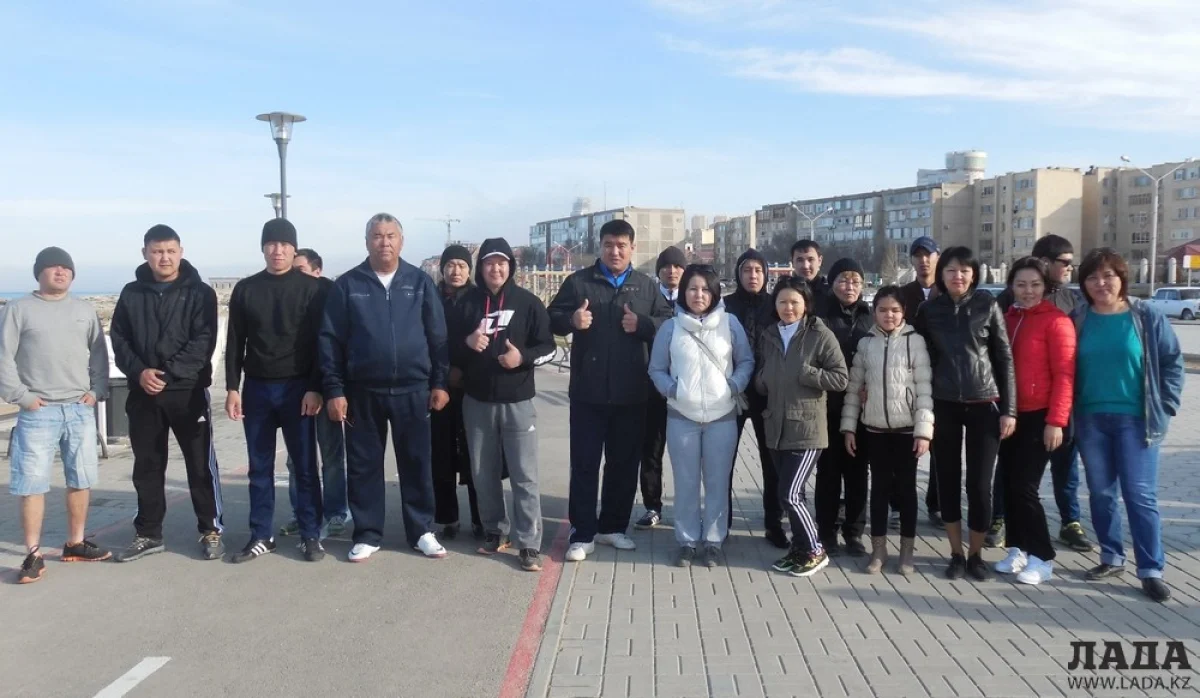 На забеге сотрудники службы ДЧС по Мангистауской области. Фото предоставлено пресс-службой.||news_pic_more|<!--TBegin--><a href="https://img.lada.kz/2015-04/1428218135_dscn5240kross.jpg" onclick="return hs.expand(this)" ><img align="left" src="https://img.lada.kz/2015-04/thumbs/1428218135_dscn5240kross.jpg" alt='Мангистауские спасатели провели акцию «Мы за здоровый образ жизни!»' title='Мангистауские спасатели провели акцию «Мы за здоровый образ жизни!»'  /></a><!--TEnd--><br /><!--TBegin--><a href="https://img.lada.kz/2015-04/1428218084_dscn5248kross.jpg" onclick="return hs.expand(this)" ><img align="left" src="https://img.lada.kz/2015-04/thumbs/1428218084_dscn5248kross.jpg" alt='Мангистауские спасатели провели акцию «Мы за здоровый образ жизни!»' title='Мангистауские спасатели провели акцию «Мы за здоровый образ жизни!»'  /></a><!--TEnd-->