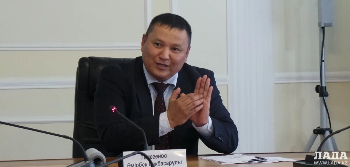 Амирбек Тулегенов на брифинге в акимате Мангистауской области