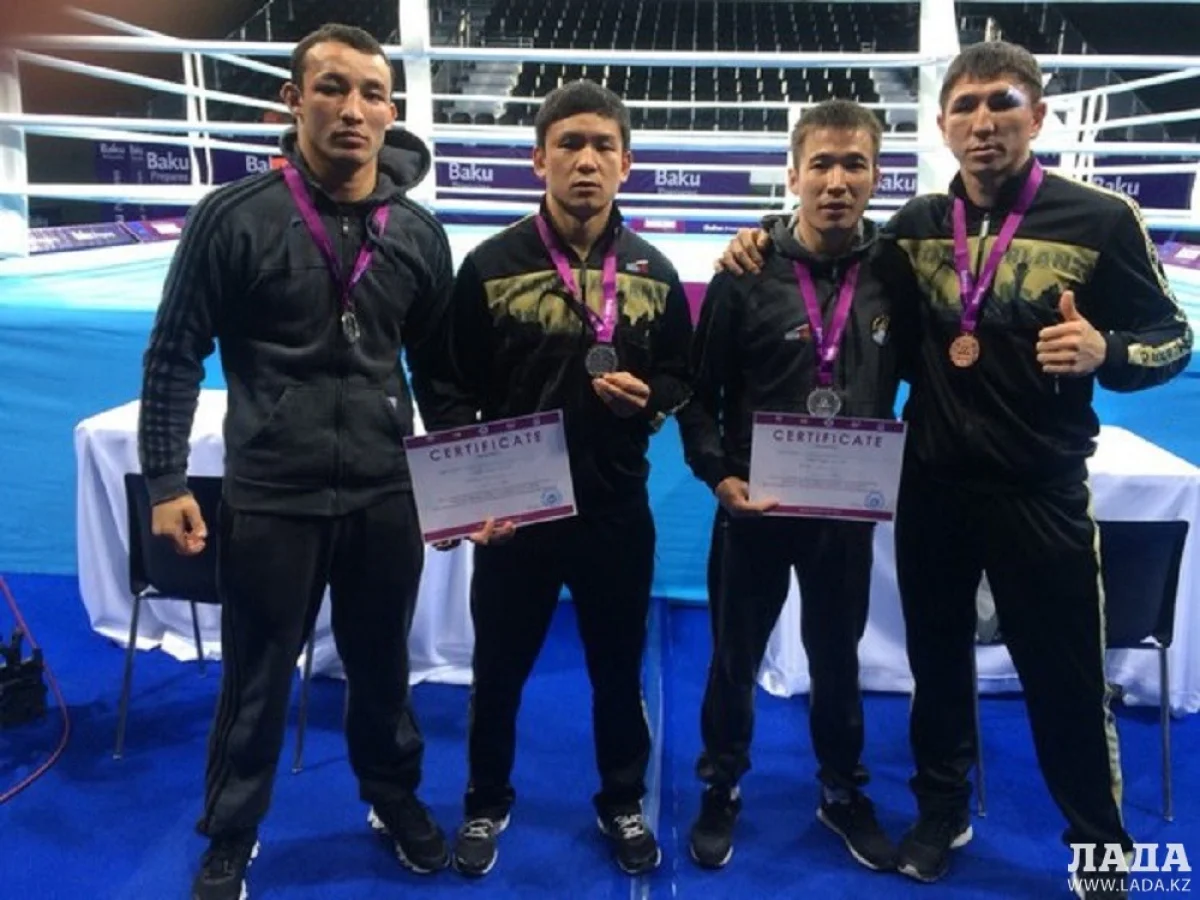 Призеры международного турнира. Фото предоставлено Аскаром Агатаевым