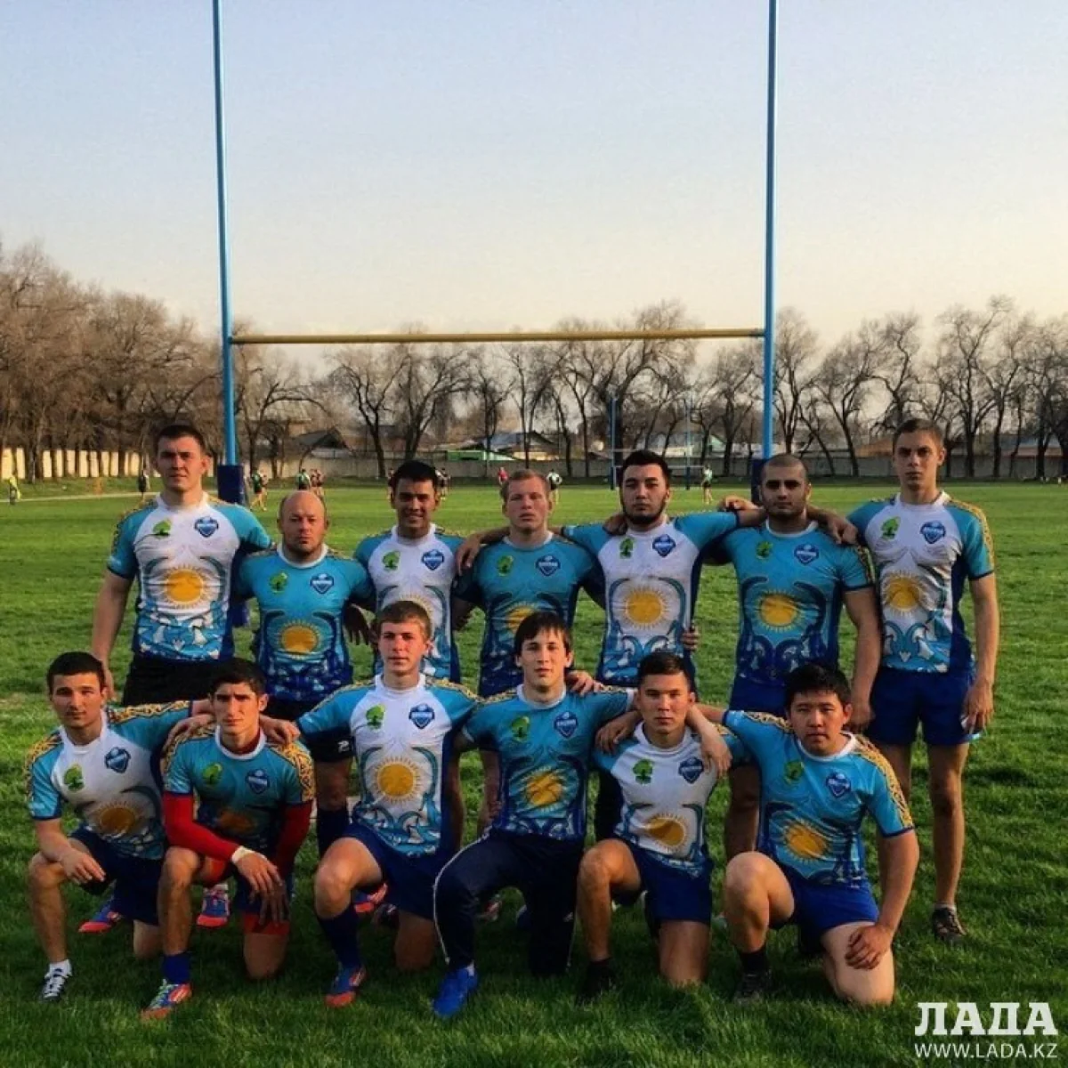 Актауская команда по регби. Фото предоставил Николай Белкин||news_pic_more|<!--TBegin--><a href="https://img.lada.kz/2015-04/1430036782_img-20150421-wa0016.jpg" onclick="return hs.expand(this)" ><img align="left" src="https://img.lada.kz/2015-04/thumbs/1430036782_img-20150421-wa0016.jpg" alt='Актауские регбисты занимают пятую из 12-ти позиций по итогам первого тура чемпионата Казахстана' title='Актауские регбисты занимают пятую из 12-ти позиций по итогам первого тура чемпионата Казахстана'  /></a><!--TEnd-->