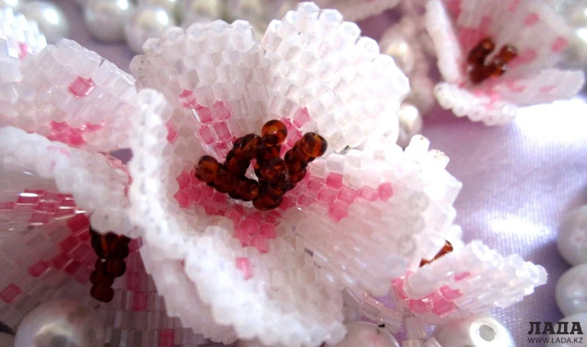 Работа из бисера