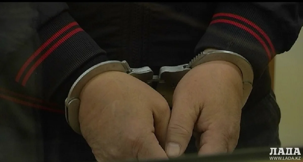 На осужденного надели наручники в зале суда. Фото Кадырбека Айдарулы||news_pic_more|<!--TBegin--><a href="https://img.lada.kz/2015-04/1430401118_001.jpg" onclick="return hs.expand(this)" ><img align="left" src="https://img.lada.kz/2015-04/thumbs/1430401118_001.jpg" alt='В Актау сбившему насмерть десятилетнего мальчика водителю вынесен приговор' title='В Актау сбившему насмерть десятилетнего мальчика водителю вынесен приговор'  /></a><!--TEnd--><br /><!--TBegin--><a href="https://img.lada.kz/2015-04/1430401115_002.jpg" onclick="return hs.expand(this)" ><img align="left" src="https://img.lada.kz/2015-04/thumbs/1430401115_002.jpg" alt='В Актау сбившему насмерть десятилетнего мальчика водителю вынесен приговор' title='В Актау сбившему насмерть десятилетнего мальчика водителю вынесен приговор'  /></a><!--TEnd--><br /><!--TBegin--><a href="https://img.lada.kz/2015-04/1430401171_003.jpg" onclick="return hs.expand(this)" ><img align="left" src="https://img.lada.kz/2015-04/thumbs/1430401171_003.jpg" alt='В Актау сбившему насмерть десятилетнего мальчика водителю вынесен приговор' title='В Актау сбившему насмерть десятилетнего мальчика водителю вынесен приговор'  /></a><!--TEnd--><br /><!--TBegin--><a href="https://img.lada.kz/2015-04/1430401118_004.jpg" onclick="return hs.expand(this)" ><img align="left" src="https://img.lada.kz/2015-04/thumbs/1430401118_004.jpg" alt='В Актау сбившему насмерть десятилетнего мальчика водителю вынесен приговор' title='В Актау сбившему насмерть десятилетнего мальчика водителю вынесен приговор'  /></a><!--TEnd--><br /><!--TBegin--><a href="https://img.lada.kz/2015-04/1430401190_005.jpg" onclick="return hs.expand(this)" ><img align="left" src="https://img.lada.kz/2015-04/thumbs/1430401190_005.jpg" alt='В Актау сбившему насмерть десятилетнего мальчика водителю вынесен приговор' title='В Актау сбившему насмерть десятилетнего мальчика водителю вынесен приговор'  /></a><!--TEnd--><br /><!--TBegin--><a href="https://img.lada.kz/2015-04/1430401112_006.jpg" onclick="return hs.expand(this)" ><img align="left" src="https://img.lada.kz/2015-04/thumbs/1430401112_006.jpg" alt='В Актау сбившему насмерть десятилетнего мальчика водителю вынесен приговор' title='В Актау сбившему насмерть десятилетнего мальчика водителю вынесен приговор'  /></a><!--TEnd-->