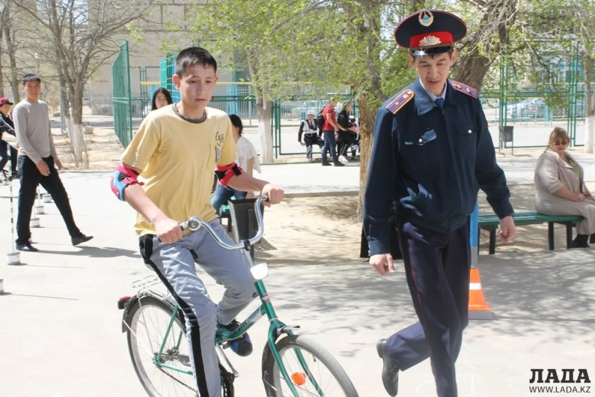 Один из конкурсов - фигурное вождение. Фото автора||news_pic_more|<!--TBegin--><a href="https://img.lada.kz/2015-05/1430730419_1.jpg" onclick="return hs.expand(this)" ><img align="left" src="https://img.lada.kz/2015-05/thumbs/1430730419_1.jpg" alt='В Актау прошел конкурс юных инспекторов дорожного движения' title='В Актау прошел конкурс юных инспекторов дорожного движения'  /></a><!--TEnd--><br /><!--TBegin--><a href="https://img.lada.kz/2015-05/1430730385_2.jpg" onclick="return hs.expand(this)" ><img align="left" src="https://img.lada.kz/2015-05/thumbs/1430730385_2.jpg" alt='В Актау прошел конкурс юных инспекторов дорожного движения' title='В Актау прошел конкурс юных инспекторов дорожного движения'  /></a><!--TEnd--><br /><!--TBegin--><a href="https://img.lada.kz/2015-05/1430730358_3.jpg" onclick="return hs.expand(this)" ><img align="left" src="https://img.lada.kz/2015-05/thumbs/1430730358_3.jpg" alt='В Актау прошел конкурс юных инспекторов дорожного движения' title='В Актау прошел конкурс юных инспекторов дорожного движения'  /></a><!--TEnd--><br /><!--TBegin--><a href="https://img.lada.kz/2015-05/1430730418_4.jpg" onclick="return hs.expand(this)" ><img align="left" src="https://img.lada.kz/2015-05/thumbs/1430730418_4.jpg" alt='В Актау прошел конкурс юных инспекторов дорожного движения' title='В Актау прошел конкурс юных инспекторов дорожного движения'  /></a><!--TEnd--><br /><!--TBegin--><a href="https://img.lada.kz/2015-05/1430730422_5.jpg" onclick="return hs.expand(this)" ><img align="left" src="https://img.lada.kz/2015-05/thumbs/1430730422_5.jpg" alt='В Актау прошел конкурс юных инспекторов дорожного движения' title='В Актау прошел конкурс юных инспекторов дорожного движения'  /></a><!--TEnd--><br /><!--TBegin--><a href="https://img.lada.kz/2015-05/1430730414_6.jpg" onclick="return hs.expand(this)" ><img align="left" src="https://img.lada.kz/2015-05/thumbs/1430730414_6.jpg" alt='В Актау прошел конкурс юных инспекторов дорожного движения' title='В Актау прошел конкурс юных инспекторов дорожного движения'  /></a><!--TEnd--><br /><!--TBegin--><a href="https://img.lada.kz/2015-05/1430730414_7.jpg" onclick="return hs.expand(this)" ><img align="left" src="https://img.lada.kz/2015-05/thumbs/1430730414_7.jpg" alt='В Актау прошел конкурс юных инспекторов дорожного движения' title='В Актау прошел конкурс юных инспекторов дорожного движения'  /></a><!--TEnd--><br /><!--TBegin--><a href="https://img.lada.kz/2015-05/1430730441_8.jpg" onclick="return hs.expand(this)" ><img align="left" src="https://img.lada.kz/2015-05/thumbs/1430730441_8.jpg" alt='В Актау прошел конкурс юных инспекторов дорожного движения' title='В Актау прошел конкурс юных инспекторов дорожного движения'  /></a><!--TEnd--><br /><!--TBegin--><a href="https://img.lada.kz/2015-05/1430730363_10.jpg" onclick="return hs.expand(this)" ><img align="left" src="https://img.lada.kz/2015-05/thumbs/1430730363_10.jpg" alt='В Актау прошел конкурс юных инспекторов дорожного движения' title='В Актау прошел конкурс юных инспекторов дорожного движения'  /></a><!--TEnd--><br /><!--TBegin--><a href="https://img.lada.kz/2015-05/1430730382_11.jpg" onclick="return hs.expand(this)" ><img align="left" src="https://img.lada.kz/2015-05/thumbs/1430730382_11.jpg" alt='В Актау прошел конкурс юных инспекторов дорожного движения' title='В Актау прошел конкурс юных инспекторов дорожного движения'  /></a><!--TEnd--><br /><!--TBegin--><a href="https://img.lada.kz/2015-05/1430730456_12.jpg" onclick="return hs.expand(this)" ><img align="left" src="https://img.lada.kz/2015-05/thumbs/1430730456_12.jpg" alt='В Актау прошел конкурс юных инспекторов дорожного движения' title='В Актау прошел конкурс юных инспекторов дорожного движения'  /></a><!--TEnd--><br /><!--TBegin--><a href="https://img.lada.kz/2015-05/1430730439_13.jpg" onclick="return hs.expand(this)" ><img align="left" src="https://img.lada.kz/2015-05/thumbs/1430730439_13.jpg" alt='В Актау прошел конкурс юных инспекторов дорожного движения' title='В Актау прошел конкурс юных инспекторов дорожного движения'  /></a><!--TEnd--><br /><!--TBegin--><a href="https://img.lada.kz/2015-05/1430730443_14.jpg" onclick="return hs.expand(this)" ><img align="left" src="https://img.lada.kz/2015-05/thumbs/1430730443_14.jpg" alt='В Актау прошел конкурс юных инспекторов дорожного движения' title='В Актау прошел конкурс юных инспекторов дорожного движения'  /></a><!--TEnd--><br /><!--TBegin--><a href="https://img.lada.kz/2015-05/1430730495_img_3728.jpg" onclick="return hs.expand(this)" ><img align="left" src="https://img.lada.kz/2015-05/thumbs/1430730495_img_3728.jpg" alt='В Актау прошел конкурс юных инспекторов дорожного движения' title='В Актау прошел конкурс юных инспекторов дорожного движения'  /></a><!--TEnd--><br /><!--TBegin--><a href="https://img.lada.kz/2015-05/1430730480_img_3730.jpg" onclick="return hs.expand(this)" ><img align="left" src="https://img.lada.kz/2015-05/thumbs/1430730480_img_3730.jpg" alt='В Актау прошел конкурс юных инспекторов дорожного движения' title='В Актау прошел конкурс юных инспекторов дорожного движения'  /></a><!--TEnd--><br /><!--TBegin--><a href="https://img.lada.kz/2015-05/1430730452_img-20150430-wa0005.jpg" onclick="return hs.expand(this)" ><img align="left" src="https://img.lada.kz/2015-05/thumbs/1430730452_img-20150430-wa0005.jpg" alt='В Актау прошел конкурс юных инспекторов дорожного движения' title='В Актау прошел конкурс юных инспекторов дорожного движения'  /></a><!--TEnd--><br /><!--TBegin--><a href="https://img.lada.kz/2015-05/1430730430_img-20150430-wa0027.jpg" onclick="return hs.expand(this)" ><img align="left" src="https://img.lada.kz/2015-05/thumbs/1430730430_img-20150430-wa0027.jpg" alt='В Актау прошел конкурс юных инспекторов дорожного движения' title='В Актау прошел конкурс юных инспекторов дорожного движения'  /></a><!--TEnd-->