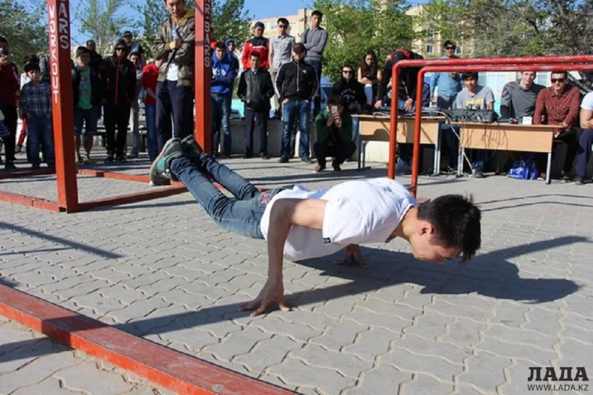 Победитель в нескольких дисциплинах Азамат Кумаров||news_pic_more|<!--TBegin--><a href="https://img.lada.kz/2015-05/1430732085_0djypeeohzw.jpg" onclick="return hs.expand(this)" ><img align="left" src="https://img.lada.kz/2015-05/thumbs/1430732085_0djypeeohzw.jpg" alt='В Актау прошел турнир по street workout' title='В Актау прошел турнир по street workout'  /></a><!--TEnd--><br /><!--TBegin--><a href="https://img.lada.kz/2015-05/1430732107_0fmolnwcmqw.jpg" onclick="return hs.expand(this)" ><img align="left" src="https://img.lada.kz/2015-05/thumbs/1430732107_0fmolnwcmqw.jpg" alt='В Актау прошел турнир по street workout' title='В Актау прошел турнир по street workout'  /></a><!--TEnd--><br /><!--TBegin--><a href="https://img.lada.kz/2015-05/1430732108_3eldmqdhscy.jpg" onclick="return hs.expand(this)" ><img align="left" src="https://img.lada.kz/2015-05/thumbs/1430732108_3eldmqdhscy.jpg" alt='В Актау прошел турнир по street workout' title='В Актау прошел турнир по street workout'  /></a><!--TEnd--><br /><!--TBegin--><a href="https://img.lada.kz/2015-05/1430732036_7ypkovlcypq.jpg" onclick="return hs.expand(this)" ><img align="left" src="https://img.lada.kz/2015-05/thumbs/1430732036_7ypkovlcypq.jpg" alt='В Актау прошел турнир по street workout' title='В Актау прошел турнир по street workout'  /></a><!--TEnd--><br /><!--TBegin--><a href="https://img.lada.kz/2015-05/1430732023_91lltlfdcqc.jpg" onclick="return hs.expand(this)" ><img align="left" src="https://img.lada.kz/2015-05/thumbs/1430732023_91lltlfdcqc.jpg" alt='В Актау прошел турнир по street workout' title='В Актау прошел турнир по street workout'  /></a><!--TEnd--><br /><!--TBegin--><a href="https://img.lada.kz/2015-05/1430732054_fksfdmtld5q.jpg" onclick="return hs.expand(this)" ><img align="left" src="https://img.lada.kz/2015-05/thumbs/1430732054_fksfdmtld5q.jpg" alt='В Актау прошел турнир по street workout' title='В Актау прошел турнир по street workout'  /></a><!--TEnd--><br /><!--TBegin--><a href="https://img.lada.kz/2015-05/1430732035_hembrdoo7zy.jpg" onclick="return hs.expand(this)" ><img align="left" src="https://img.lada.kz/2015-05/thumbs/1430732035_hembrdoo7zy.jpg" alt='В Актау прошел турнир по street workout' title='В Актау прошел турнир по street workout'  /></a><!--TEnd--><br /><!--TBegin--><a href="https://img.lada.kz/2015-05/1430732101_nbrabppwhis.jpg" onclick="return hs.expand(this)" ><img align="left" src="https://img.lada.kz/2015-05/thumbs/1430732101_nbrabppwhis.jpg" alt='В Актау прошел турнир по street workout' title='В Актау прошел турнир по street workout'  /></a><!--TEnd--><br /><!--TBegin--><a href="https://img.lada.kz/2015-05/1430732099_ov2bqp8_o2i.jpg" onclick="return hs.expand(this)" ><img align="left" src="https://img.lada.kz/2015-05/thumbs/1430732099_ov2bqp8_o2i.jpg" alt='В Актау прошел турнир по street workout' title='В Актау прошел турнир по street workout'  /></a><!--TEnd--><br /><!--TBegin--><a href="https://img.lada.kz/2015-05/1430732099_r42o43jmkxa.jpg" onclick="return hs.expand(this)" ><img align="left" src="https://img.lada.kz/2015-05/thumbs/1430732099_r42o43jmkxa.jpg" alt='В Актау прошел турнир по street workout' title='В Актау прошел турнир по street workout'  /></a><!--TEnd--><br /><!--TBegin--><a href="https://img.lada.kz/2015-05/1430732054_uyreinktfxw.jpg" onclick="return hs.expand(this)" ><img align="left" src="https://img.lada.kz/2015-05/thumbs/1430732054_uyreinktfxw.jpg" alt='В Актау прошел турнир по street workout' title='В Актау прошел турнир по street workout'  /></a><!--TEnd--><br /><!--TBegin--><a href="https://img.lada.kz/2015-05/1430732117_yfqhokpzsfu.jpg" onclick="return hs.expand(this)" ><img align="left" src="https://img.lada.kz/2015-05/thumbs/1430732117_yfqhokpzsfu.jpg" alt='В Актау прошел турнир по street workout' title='В Актау прошел турнир по street workout'  /></a><!--TEnd-->