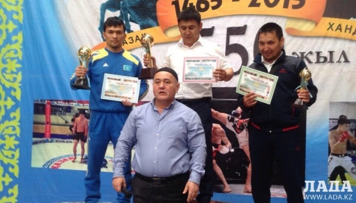 Слева тренер и спортсмен Арман Абильда. Фото предоставлено участниками чемпионата||news_pic_more|<!--dle_image_begin:https://img.lada.kz/2015-05/1430808581_1430766529_img-20150503-wa0001.jpg&#124;left--><img src="https://img.lada.kz/2015-05/1430808581_1430766529_img-20150503-wa0001.jpg" align="left" alt="Мангистауские спортсмены завоевали второе место на чемпионате страны по жекпе-жек" title="Мангистауские спортсмены завоевали второе место на чемпионате страны по жекпе-жек"  /><!--dle_image_end-->