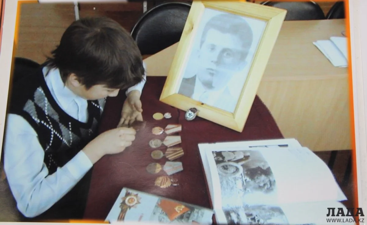 Одна из фографий, представленных на конкурсе||news_pic_more|<!--TBegin--><a href="https://img.lada.kz/2015-05/1430908175_img_5021.jpg" onclick="return hs.expand(this)" ><img align="left" src="https://img.lada.kz/2015-05/thumbs/1430908175_img_5021.jpg" alt='Книгу с работами участников конкурса ко Дню Победы издадут в Актау' title='Книгу с работами участников конкурса ко Дню Победы издадут в Актау'  /></a><!--TEnd--><br /><!--TBegin--><a href="https://img.lada.kz/2015-05/1430908210_img_5022.jpg" onclick="return hs.expand(this)" ><img align="left" src="https://img.lada.kz/2015-05/thumbs/1430908210_img_5022.jpg" alt='Книгу с работами участников конкурса ко Дню Победы издадут в Актау' title='Книгу с работами участников конкурса ко Дню Победы издадут в Актау'  /></a><!--TEnd--><br /><!--TBegin--><a href="https://img.lada.kz/2015-05/1430908217_img_5023.jpg" onclick="return hs.expand(this)" ><img align="left" src="https://img.lada.kz/2015-05/thumbs/1430908217_img_5023.jpg" alt='Книгу с работами участников конкурса ко Дню Победы издадут в Актау' title='Книгу с работами участников конкурса ко Дню Победы издадут в Актау'  /></a><!--TEnd--><br /><!--TBegin--><a href="https://img.lada.kz/2015-05/1430908147_img_5026.jpg" onclick="return hs.expand(this)" ><img align="left" src="https://img.lada.kz/2015-05/thumbs/1430908147_img_5026.jpg" alt='Книгу с работами участников конкурса ко Дню Победы издадут в Актау' title='Книгу с работами участников конкурса ко Дню Победы издадут в Актау'  /></a><!--TEnd--><br /><!--TBegin--><a href="https://img.lada.kz/2015-05/1430908161_img_5030.jpg" onclick="return hs.expand(this)" ><img align="left" src="https://img.lada.kz/2015-05/thumbs/1430908161_img_5030.jpg" alt='Книгу с работами участников конкурса ко Дню Победы издадут в Актау' title='Книгу с работами участников конкурса ко Дню Победы издадут в Актау'  /></a><!--TEnd--><br /><!--TBegin--><a href="https://img.lada.kz/2015-05/1430908241_img_5033.jpg" onclick="return hs.expand(this)" ><img align="left" src="https://img.lada.kz/2015-05/thumbs/1430908241_img_5033.jpg" alt='Книгу с работами участников конкурса ко Дню Победы издадут в Актау' title='Книгу с работами участников конкурса ко Дню Победы издадут в Актау'  /></a><!--TEnd--><br /><!--TBegin--><a href="https://img.lada.kz/2015-05/1430908181_img_5041.jpg" onclick="return hs.expand(this)" ><img align="left" src="https://img.lada.kz/2015-05/thumbs/1430908181_img_5041.jpg" alt='Книгу с работами участников конкурса ко Дню Победы издадут в Актау' title='Книгу с работами участников конкурса ко Дню Победы издадут в Актау'  /></a><!--TEnd--><br /><!--TBegin--><a href="https://img.lada.kz/2015-05/1430908175_img_5047.jpg" onclick="return hs.expand(this)" ><img align="left" src="https://img.lada.kz/2015-05/thumbs/1430908175_img_5047.jpg" alt='Книгу с работами участников конкурса ко Дню Победы издадут в Актау' title='Книгу с работами участников конкурса ко Дню Победы издадут в Актау'  /></a><!--TEnd--><br /><!--TBegin--><a href="https://img.lada.kz/2015-05/1430908251_img_5048.jpg" onclick="return hs.expand(this)" ><img align="left" src="https://img.lada.kz/2015-05/thumbs/1430908251_img_5048.jpg" alt='Книгу с работами участников конкурса ко Дню Победы издадут в Актау' title='Книгу с работами участников конкурса ко Дню Победы издадут в Актау'  /></a><!--TEnd-->