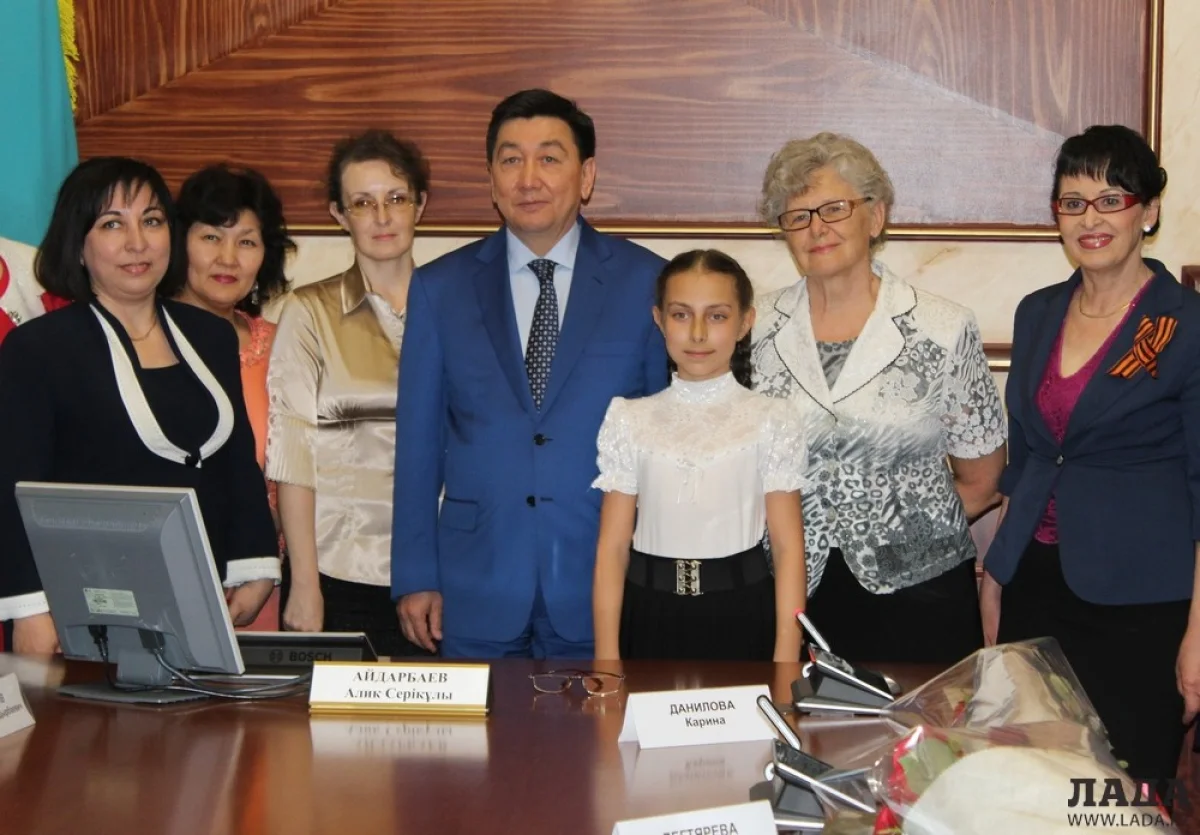 Карина Данилова на приеме у акима Мангистауской области||news_pic_more|<!--TBegin--><a href="https://img.lada.kz/2015-05/1430917521_img_0387.jpg" onclick="return hs.expand(this)" ><img align="left" src="https://img.lada.kz/2015-05/thumbs/1430917521_img_0387.jpg" alt='Аким Мангистауской области подарил пятикласснице Карине Даниловой iPad' title='Аким Мангистауской области подарил пятикласснице Карине Даниловой iPad'  /></a><!--TEnd--><br /><!--TBegin--><a href="https://img.lada.kz/2015-05/1430917545_img_0390.jpg" onclick="return hs.expand(this)" ><img align="left" src="https://img.lada.kz/2015-05/thumbs/1430917545_img_0390.jpg" alt='Аким Мангистауской области подарил пятикласснице Карине Даниловой iPad' title='Аким Мангистауской области подарил пятикласснице Карине Даниловой iPad'  /></a><!--TEnd--><br /><!--TBegin--><a href="https://img.lada.kz/2015-05/1430917508_img_0395.jpg" onclick="return hs.expand(this)" ><img align="left" src="https://img.lada.kz/2015-05/thumbs/1430917508_img_0395.jpg" alt='Аким Мангистауской области подарил пятикласснице Карине Даниловой iPad' title='Аким Мангистауской области подарил пятикласснице Карине Даниловой iPad'  /></a><!--TEnd--><br /><!--TBegin--><a href="https://img.lada.kz/2015-05/1430917572_img_0397.jpg" onclick="return hs.expand(this)" ><img align="left" src="https://img.lada.kz/2015-05/thumbs/1430917572_img_0397.jpg" alt='Аким Мангистауской области подарил пятикласснице Карине Даниловой iPad' title='Аким Мангистауской области подарил пятикласснице Карине Даниловой iPad'  /></a><!--TEnd--><br /><!--TBegin--><a href="https://img.lada.kz/2015-05/1430917508_img_0400.jpg" onclick="return hs.expand(this)" ><img align="left" src="https://img.lada.kz/2015-05/thumbs/1430917508_img_0400.jpg" alt='Аким Мангистауской области подарил пятикласснице Карине Даниловой iPad' title='Аким Мангистауской области подарил пятикласснице Карине Даниловой iPad'  /></a><!--TEnd--><br /><!--TBegin--><a href="https://img.lada.kz/2015-05/1430917558_img_0404.jpg" onclick="return hs.expand(this)" ><img align="left" src="https://img.lada.kz/2015-05/thumbs/1430917558_img_0404.jpg" alt='Аким Мангистауской области подарил пятикласснице Карине Даниловой iPad' title='Аким Мангистауской области подарил пятикласснице Карине Даниловой iPad'  /></a><!--TEnd-->