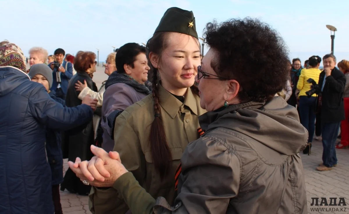 Вальс Победы в Актау||news_pic_more|<!--TBegin--><a href="https://img.lada.kz/2015-05/1431163618_img_9810.jpg" onclick="return hs.expand(this)" ><img align="left" src="https://img.lada.kz/2015-05/thumbs/1431163618_img_9810.jpg" alt='Жители Актау станцевали «Вальс Победы»' title='Жители Актау станцевали «Вальс Победы»'  /></a><!--TEnd--><br /><!--TBegin--><a href="https://img.lada.kz/2015-05/1431163644_img_9821.jpg" onclick="return hs.expand(this)" ><img align="left" src="https://img.lada.kz/2015-05/thumbs/1431163644_img_9821.jpg" alt='Жители Актау станцевали «Вальс Победы»' title='Жители Актау станцевали «Вальс Победы»'  /></a><!--TEnd--><br /><!--TBegin--><a href="https://img.lada.kz/2015-05/1431163672_img_9822.jpg" onclick="return hs.expand(this)" ><img align="left" src="https://img.lada.kz/2015-05/thumbs/1431163672_img_9822.jpg" alt='Жители Актау станцевали «Вальс Победы»' title='Жители Актау станцевали «Вальс Победы»'  /></a><!--TEnd--><br /><!--TBegin--><a href="https://img.lada.kz/2015-05/1431163669_img_9832.jpg" onclick="return hs.expand(this)" ><img align="left" src="https://img.lada.kz/2015-05/thumbs/1431163669_img_9832.jpg" alt='Жители Актау станцевали «Вальс Победы»' title='Жители Актау станцевали «Вальс Победы»'  /></a><!--TEnd--><br /><!--TBegin--><a href="https://img.lada.kz/2015-05/1431163932_narezka2.still002.jpg" onclick="return hs.expand(this)" ><img align="left" src="https://img.lada.kz/2015-05/thumbs/1431163932_narezka2.still002.jpg" alt='Жители Актау станцевали «Вальс Победы»' title='Жители Актау станцевали «Вальс Победы»'  /></a><!--TEnd--><br /><!--TBegin--><a href="https://img.lada.kz/2015-05/1431163999_narezka2.still007.jpg" onclick="return hs.expand(this)" ><img align="left" src="https://img.lada.kz/2015-05/thumbs/1431163999_narezka2.still007.jpg" alt='Жители Актау станцевали «Вальс Победы»' title='Жители Актау станцевали «Вальс Победы»'  /></a><!--TEnd--><br /><!--TBegin--><a href="https://img.lada.kz/2015-05/1431163996_narezka2.still014.jpg" onclick="return hs.expand(this)" ><img align="left" src="https://img.lada.kz/2015-05/thumbs/1431163996_narezka2.still014.jpg" alt='Жители Актау станцевали «Вальс Победы»' title='Жители Актау станцевали «Вальс Победы»'  /></a><!--TEnd--><br /><!--TBegin--><a href="https://img.lada.kz/2015-05/1431164006_narezka2.still015.jpg" onclick="return hs.expand(this)" ><img align="left" src="https://img.lada.kz/2015-05/thumbs/1431164006_narezka2.still015.jpg" alt='Жители Актау станцевали «Вальс Победы»' title='Жители Актау станцевали «Вальс Победы»'  /></a><!--TEnd--><br /><!--TBegin--><a href="https://img.lada.kz/2015-05/1431163999_narezka2.still016.jpg" onclick="return hs.expand(this)" ><img align="left" src="https://img.lada.kz/2015-05/thumbs/1431163999_narezka2.still016.jpg" alt='Жители Актау станцевали «Вальс Победы»' title='Жители Актау станцевали «Вальс Победы»'  /></a><!--TEnd--><br /><!--TBegin--><a href="https://img.lada.kz/2015-05/1431163969_narezka2.still017.jpg" onclick="return hs.expand(this)" ><img align="left" src="https://img.lada.kz/2015-05/thumbs/1431163969_narezka2.still017.jpg" alt='Жители Актау станцевали «Вальс Победы»' title='Жители Актау станцевали «Вальс Победы»'  /></a><!--TEnd--><br /><!--TBegin--><a href="https://img.lada.kz/2015-05/1431164025_narezka2.still020.jpg" onclick="return hs.expand(this)" ><img align="left" src="https://img.lada.kz/2015-05/thumbs/1431164025_narezka2.still020.jpg" alt='Жители Актау станцевали «Вальс Победы»' title='Жители Актау станцевали «Вальс Победы»'  /></a><!--TEnd--><br /><!--TBegin--><a href="https://img.lada.kz/2015-05/1431163978_narezka2.still024.jpg" onclick="return hs.expand(this)" ><img align="left" src="https://img.lada.kz/2015-05/thumbs/1431163978_narezka2.still024.jpg" alt='Жители Актау станцевали «Вальс Победы»' title='Жители Актау станцевали «Вальс Победы»'  /></a><!--TEnd--><br /><!--TBegin--><a href="https://img.lada.kz/2015-05/1431164048_narezka2.still025.jpg" onclick="return hs.expand(this)" ><img align="left" src="https://img.lada.kz/2015-05/thumbs/1431164048_narezka2.still025.jpg" alt='Жители Актау станцевали «Вальс Победы»' title='Жители Актау станцевали «Вальс Победы»'  /></a><!--TEnd--><br /><!--TBegin--><a href="https://img.lada.kz/2015-05/1431163988_narezka2.still026.jpg" onclick="return hs.expand(this)" ><img align="left" src="https://img.lada.kz/2015-05/thumbs/1431163988_narezka2.still026.jpg" alt='Жители Актау станцевали «Вальс Победы»' title='Жители Актау станцевали «Вальс Победы»'  /></a><!--TEnd--><br /><!--TBegin--><a href="https://img.lada.kz/2015-05/1431164009_narezka2.still029.jpg" onclick="return hs.expand(this)" ><img align="left" src="https://img.lada.kz/2015-05/thumbs/1431164009_narezka2.still029.jpg" alt='Жители Актау станцевали «Вальс Победы»' title='Жители Актау станцевали «Вальс Победы»'  /></a><!--TEnd-->