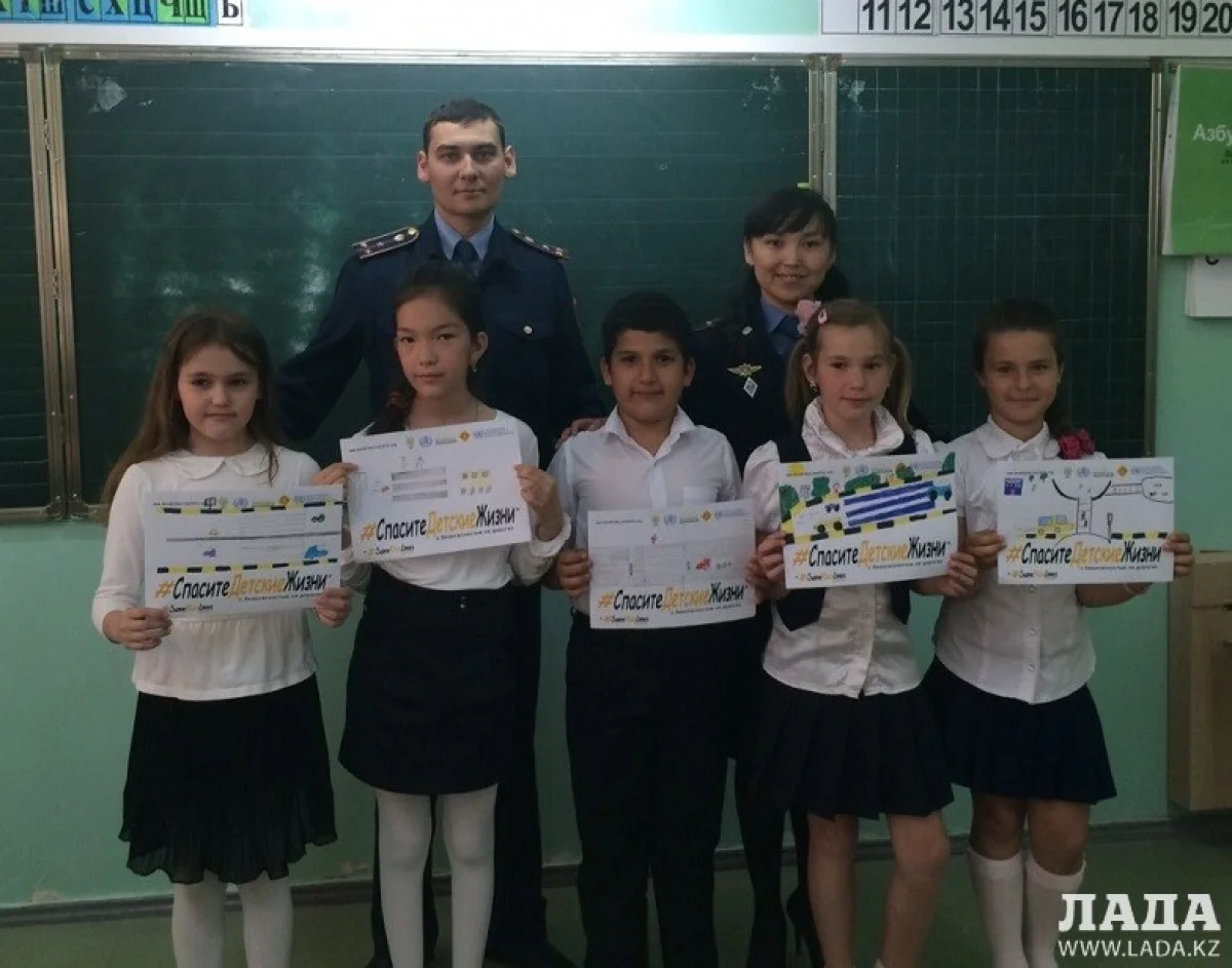 Дети обращаются к взрослым с просьбой обеспечить им безопасность на дороге. Фото административной полиции||news_pic_more|<!--TBegin--><a href="https://img.lada.kz/2015-05/1431251072_2.jpg" onclick="return hs.expand(this)" ><img align="left" src="https://img.lada.kz/2015-05/thumbs/1431251072_2.jpg" alt='Дети Актау попросили взрослых обеспечить им безопасность на дороге' title='Дети Актау попросили взрослых обеспечить им безопасность на дороге'  /></a><!--TEnd--><br /><!--TBegin--><a href="https://img.lada.kz/2015-05/1431251023_img-20150504-wa0007.jpg" onclick="return hs.expand(this)" ><img align="left" src="https://img.lada.kz/2015-05/thumbs/1431251023_img-20150504-wa0007.jpg" alt='Дети Актау попросили взрослых обеспечить им безопасность на дороге' title='Дети Актау попросили взрослых обеспечить им безопасность на дороге'  /></a><!--TEnd--><br /><!--TBegin--><a href="https://img.lada.kz/2015-05/1431251067_img-20150504-wa0015.jpg" onclick="return hs.expand(this)" ><img align="left" src="https://img.lada.kz/2015-05/thumbs/1431251067_img-20150504-wa0015.jpg" alt='Дети Актау попросили взрослых обеспечить им безопасность на дороге' title='Дети Актау попросили взрослых обеспечить им безопасность на дороге'  /></a><!--TEnd--><br /><!--TBegin--><a href="https://img.lada.kz/2015-05/1431251007_img-20150504-wa0023.jpg" onclick="return hs.expand(this)" ><img align="left" src="https://img.lada.kz/2015-05/thumbs/1431251007_img-20150504-wa0023.jpg" alt='Дети Актау попросили взрослых обеспечить им безопасность на дороге' title='Дети Актау попросили взрослых обеспечить им безопасность на дороге'  /></a><!--TEnd-->