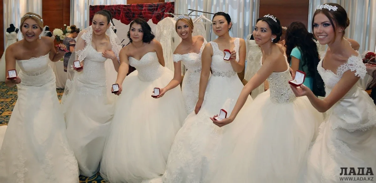 На свадебной ярмарке в Актау. 2014 год