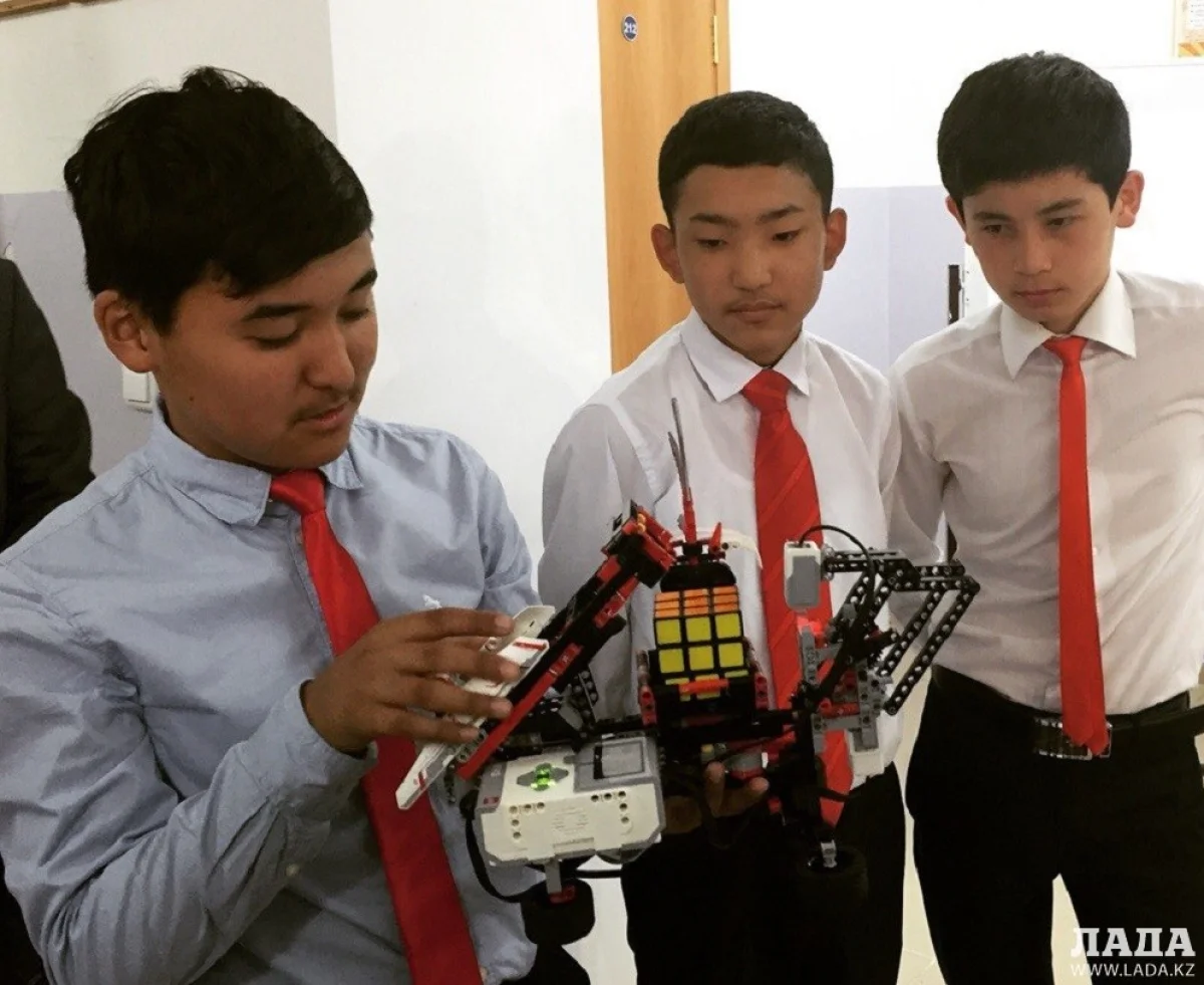 Учащиеся 8 класса казахско-турецкого лицея с роботом||news_pic_more|<!--TBegin--><a href="https://img.lada.kz/2015-05/1431509812_000656.jpg" onclick="return hs.expand(this)" ><img align="left" src="https://img.lada.kz/2015-05/thumbs/1431509812_000656.jpg" alt='Актауские восьмиклассники показали робота для сборки кубика Рубика' title='Актауские восьмиклассники показали робота для сборки кубика Рубика'  /></a><!--TEnd--><br /><!--TBegin--><a href="https://img.lada.kz/2015-05/1431509814_00693.jpg" onclick="return hs.expand(this)" ><img align="left" src="https://img.lada.kz/2015-05/thumbs/1431509814_00693.jpg" alt='Актауские восьмиклассники показали робота для сборки кубика Рубика' title='Актауские восьмиклассники показали робота для сборки кубика Рубика'  /></a><!--TEnd--><br /><!--TBegin--><a href="https://img.lada.kz/2015-05/1431509819_e_0mggzneva.jpg" onclick="return hs.expand(this)" ><img align="left" src="https://img.lada.kz/2015-05/thumbs/1431509819_e_0mggzneva.jpg" alt='Актауские восьмиклассники показали робота для сборки кубика Рубика' title='Актауские восьмиклассники показали робота для сборки кубика Рубика'  /></a><!--TEnd--><br /><!--TBegin--><a href="https://img.lada.kz/2015-05/1431509738_ec_9m0i7lcc.jpg" onclick="return hs.expand(this)" ><img align="left" src="https://img.lada.kz/2015-05/thumbs/1431509738_ec_9m0i7lcc.jpg" alt='Актауские восьмиклассники показали робота для сборки кубика Рубика' title='Актауские восьмиклассники показали робота для сборки кубика Рубика'  /></a><!--TEnd--><br /><!--TBegin--><a href="https://img.lada.kz/2015-05/1431509776_jfl7agjucya.jpg" onclick="return hs.expand(this)" ><img align="left" src="https://img.lada.kz/2015-05/thumbs/1431509776_jfl7agjucya.jpg" alt='Актауские восьмиклассники показали робота для сборки кубика Рубика' title='Актауские восьмиклассники показали робота для сборки кубика Рубика'  /></a><!--TEnd--><br /><!--TBegin--><a href="https://img.lada.kz/2015-05/1431509749_ostcjsvlluc.jpg" onclick="return hs.expand(this)" ><img align="left" src="https://img.lada.kz/2015-05/thumbs/1431509749_ostcjsvlluc.jpg" alt='Актауские восьмиклассники показали робота для сборки кубика Рубика' title='Актауские восьмиклассники показали робота для сборки кубика Рубика'  /></a><!--TEnd--><br /><!--TBegin--><a href="https://img.lada.kz/2015-05/1431509806_rawbl87maxu.jpg" onclick="return hs.expand(this)" ><img align="left" src="https://img.lada.kz/2015-05/thumbs/1431509806_rawbl87maxu.jpg" alt='Актауские восьмиклассники показали робота для сборки кубика Рубика' title='Актауские восьмиклассники показали робота для сборки кубика Рубика'  /></a><!--TEnd--><br /><!--TBegin--><a href="https://img.lada.kz/2015-05/1431509741_snlbpwx8ls0.jpg" onclick="return hs.expand(this)" ><img align="left" src="https://img.lada.kz/2015-05/thumbs/1431509741_snlbpwx8ls0.jpg" alt='Актауские восьмиклассники показали робота для сборки кубика Рубика' title='Актауские восьмиклассники показали робота для сборки кубика Рубика'  /></a><!--TEnd--><br /><!--TBegin--><a href="https://img.lada.kz/2015-05/1431509805_wq-heevoa3u.jpg" onclick="return hs.expand(this)" ><img align="left" src="https://img.lada.kz/2015-05/thumbs/1431509805_wq-heevoa3u.jpg" alt='Актауские восьмиклассники показали робота для сборки кубика Рубика' title='Актауские восьмиклассники показали робота для сборки кубика Рубика'  /></a><!--TEnd-->