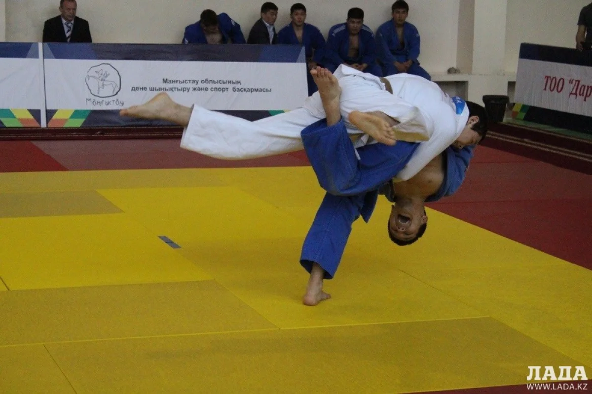 Особенно зрелищными получились поединки среди старших юношей. Фото Рашида Исмагилова||news_pic_more|<!--TBegin--><a href="https://img.lada.kz/2015-05/1431954233_8.jpg" onclick="return hs.expand(this)" ><img align="left" src="https://img.lada.kz/2015-05/thumbs/1431954233_8.jpg" alt='В Актау прошел международный турнир по дзюдо' title='В Актау прошел международный турнир по дзюдо'  /></a><!--TEnd--><br /><!--TBegin--><a href="https://img.lada.kz/2015-05/1431954247_volobuev.jpg" onclick="return hs.expand(this)" ><img align="left" src="https://img.lada.kz/2015-05/thumbs/1431954247_volobuev.jpg" alt='В Актау прошел международный турнир по дзюдо' title='В Актау прошел международный турнир по дзюдо'  /></a><!--TEnd--><br /><!--TBegin--><a href="https://img.lada.kz/2015-05/1431954305_azer.jpg" onclick="return hs.expand(this)" ><img align="left" src="https://img.lada.kz/2015-05/thumbs/1431954305_azer.jpg" alt='В Актау прошел международный турнир по дзюдо' title='В Актау прошел международный турнир по дзюдо'  /></a><!--TEnd--><br /><!--TBegin--><a href="https://img.lada.kz/2015-05/1431954389_2.jpg" onclick="return hs.expand(this)" ><img align="left" src="https://img.lada.kz/2015-05/thumbs/1431954389_2.jpg" alt='В Актау прошел международный турнир по дзюдо' title='В Актау прошел международный турнир по дзюдо'  /></a><!--TEnd--><br /><!--TBegin--><a href="https://img.lada.kz/2015-05/1431954383_2a.jpg" onclick="return hs.expand(this)" ><img align="left" src="https://img.lada.kz/2015-05/thumbs/1431954383_2a.jpg" alt='В Актау прошел международный турнир по дзюдо' title='В Актау прошел международный турнир по дзюдо'  /></a><!--TEnd--><br /><!--TBegin--><a href="https://img.lada.kz/2015-05/1431954361_3.jpg" onclick="return hs.expand(this)" ><img align="left" src="https://img.lada.kz/2015-05/thumbs/1431954361_3.jpg" alt='В Актау прошел международный турнир по дзюдо' title='В Актау прошел международный турнир по дзюдо'  /></a><!--TEnd--><br /><!--TBegin--><a href="https://img.lada.kz/2015-05/1431954355_4.jpg" onclick="return hs.expand(this)" ><img align="left" src="https://img.lada.kz/2015-05/thumbs/1431954355_4.jpg" alt='В Актау прошел международный турнир по дзюдо' title='В Актау прошел международный турнир по дзюдо'  /></a><!--TEnd--><br /><!--TBegin--><a href="https://img.lada.kz/2015-05/1431954426_5.jpg" onclick="return hs.expand(this)" ><img align="left" src="https://img.lada.kz/2015-05/thumbs/1431954426_5.jpg" alt='В Актау прошел международный турнир по дзюдо' title='В Актау прошел международный турнир по дзюдо'  /></a><!--TEnd--><br /><!--TBegin--><a href="https://img.lada.kz/2015-05/1431954454_6.jpg" onclick="return hs.expand(this)" ><img align="left" src="https://img.lada.kz/2015-05/thumbs/1431954454_6.jpg" alt='В Актау прошел международный турнир по дзюдо' title='В Актау прошел международный турнир по дзюдо'  /></a><!--TEnd--><br /><!--TBegin--><a href="https://img.lada.kz/2015-05/1431954442_7.jpg" onclick="return hs.expand(this)" ><img align="left" src="https://img.lada.kz/2015-05/thumbs/1431954442_7.jpg" alt='В Актау прошел международный турнир по дзюдо' title='В Актау прошел международный турнир по дзюдо'  /></a><!--TEnd--><br /><!--TBegin--><a href="https://img.lada.kz/2015-05/1431954447_8.jpg" onclick="return hs.expand(this)" ><img align="left" src="https://img.lada.kz/2015-05/thumbs/1431954447_8.jpg" alt='В Актау прошел международный турнир по дзюдо' title='В Актау прошел международный турнир по дзюдо'  /></a><!--TEnd--><br /><!--TBegin--><a href="https://img.lada.kz/2015-05/1431954422_9.jpg" onclick="return hs.expand(this)" ><img align="left" src="https://img.lada.kz/2015-05/thumbs/1431954422_9.jpg" alt='В Актау прошел международный турнир по дзюдо' title='В Актау прошел международный турнир по дзюдо'  /></a><!--TEnd--><br /><!--TBegin--><a href="https://img.lada.kz/2015-05/1431954423_10.jpg" onclick="return hs.expand(this)" ><img align="left" src="https://img.lada.kz/2015-05/thumbs/1431954423_10.jpg" alt='В Актау прошел международный турнир по дзюдо' title='В Актау прошел международный турнир по дзюдо'  /></a><!--TEnd--><br /><!--TBegin--><a href="https://img.lada.kz/2015-05/1431954379_11.jpg" onclick="return hs.expand(this)" ><img align="left" src="https://img.lada.kz/2015-05/thumbs/1431954379_11.jpg" alt='В Актау прошел международный турнир по дзюдо' title='В Актау прошел международный турнир по дзюдо'  /></a><!--TEnd--><br /><!--TBegin--><a href="https://img.lada.kz/2015-05/1431954418_12.jpg" onclick="return hs.expand(this)" ><img align="left" src="https://img.lada.kz/2015-05/thumbs/1431954418_12.jpg" alt='В Актау прошел международный турнир по дзюдо' title='В Актау прошел международный турнир по дзюдо'  /></a><!--TEnd--><br /><!--TBegin--><a href="https://img.lada.kz/2015-05/1431954411_12a.jpg" onclick="return hs.expand(this)" ><img align="left" src="https://img.lada.kz/2015-05/thumbs/1431954411_12a.jpg" alt='В Актау прошел международный турнир по дзюдо' title='В Актау прошел международный турнир по дзюдо'  /></a><!--TEnd--><br /><!--TBegin--><a href="https://img.lada.kz/2015-05/1431954432_13.jpg" onclick="return hs.expand(this)" ><img align="left" src="https://img.lada.kz/2015-05/thumbs/1431954432_13.jpg" alt='В Актау прошел международный турнир по дзюдо' title='В Актау прошел международный турнир по дзюдо'  /></a><!--TEnd--><br /><!--TBegin--><a href="https://img.lada.kz/2015-05/1431954457_14.jpg" onclick="return hs.expand(this)" ><img align="left" src="https://img.lada.kz/2015-05/thumbs/1431954457_14.jpg" alt='В Актау прошел международный турнир по дзюдо' title='В Актау прошел международный турнир по дзюдо'  /></a><!--TEnd--><br /><!--TBegin--><a href="https://img.lada.kz/2015-05/1431954448_14a.jpg" onclick="return hs.expand(this)" ><img align="left" src="https://img.lada.kz/2015-05/thumbs/1431954448_14a.jpg" alt='В Актау прошел международный турнир по дзюдо' title='В Актау прошел международный турнир по дзюдо'  /></a><!--TEnd--><br /><!--TBegin--><a href="https://img.lada.kz/2015-05/1431954388_15.jpg" onclick="return hs.expand(this)" ><img align="left" src="https://img.lada.kz/2015-05/thumbs/1431954388_15.jpg" alt='В Актау прошел международный турнир по дзюдо' title='В Актау прошел международный турнир по дзюдо'  /></a><!--TEnd--><br /><!--TBegin--><a href="https://img.lada.kz/2015-05/1431954443_16.jpg" onclick="return hs.expand(this)" ><img align="left" src="https://img.lada.kz/2015-05/thumbs/1431954443_16.jpg" alt='В Актау прошел международный турнир по дзюдо' title='В Актау прошел международный турнир по дзюдо'  /></a><!--TEnd--><br /><!--TBegin--><a href="https://img.lada.kz/2015-05/1431954415_16a.jpg" onclick="return hs.expand(this)" ><img align="left" src="https://img.lada.kz/2015-05/thumbs/1431954415_16a.jpg" alt='В Актау прошел международный турнир по дзюдо' title='В Актау прошел международный турнир по дзюдо'  /></a><!--TEnd--><br /><!--TBegin--><a href="https://img.lada.kz/2015-05/1431954405_17.jpg" onclick="return hs.expand(this)" ><img align="left" src="https://img.lada.kz/2015-05/thumbs/1431954405_17.jpg" alt='В Актау прошел международный турнир по дзюдо' title='В Актау прошел международный турнир по дзюдо'  /></a><!--TEnd--><br /><!--TBegin--><a href="https://img.lada.kz/2015-05/1431954419_18.jpg" onclick="return hs.expand(this)" ><img align="left" src="https://img.lada.kz/2015-05/thumbs/1431954419_18.jpg" alt='В Актау прошел международный турнир по дзюдо' title='В Актау прошел международный турнир по дзюдо'  /></a><!--TEnd--><br /><!--TBegin--><a href="https://img.lada.kz/2015-05/1431954467_19.jpg" onclick="return hs.expand(this)" ><img align="left" src="https://img.lada.kz/2015-05/thumbs/1431954467_19.jpg" alt='В Актау прошел международный турнир по дзюдо' title='В Актау прошел международный турнир по дзюдо'  /></a><!--TEnd--><br /><!--TBegin--><a href="https://img.lada.kz/2015-05/1431954391_20.jpg" onclick="return hs.expand(this)" ><img align="left" src="https://img.lada.kz/2015-05/thumbs/1431954391_20.jpg" alt='В Актау прошел международный турнир по дзюдо' title='В Актау прошел международный турнир по дзюдо'  /></a><!--TEnd--><br /><!--TBegin--><a href="https://img.lada.kz/2015-05/1431954412_21.jpg" onclick="return hs.expand(this)" ><img align="left" src="https://img.lada.kz/2015-05/thumbs/1431954412_21.jpg" alt='В Актау прошел международный турнир по дзюдо' title='В Актау прошел международный турнир по дзюдо'  /></a><!--TEnd--><br /><!--TBegin--><a href="https://img.lada.kz/2015-05/1431954417_22.jpg" onclick="return hs.expand(this)" ><img align="left" src="https://img.lada.kz/2015-05/thumbs/1431954417_22.jpg" alt='В Актау прошел международный турнир по дзюдо' title='В Актау прошел международный турнир по дзюдо'  /></a><!--TEnd--><br /><!--TBegin--><a href="https://img.lada.kz/2015-05/1431954447_img_0370.jpg" onclick="return hs.expand(this)" ><img align="left" src="https://img.lada.kz/2015-05/thumbs/1431954447_img_0370.jpg" alt='В Актау прошел международный турнир по дзюдо' title='В Актау прошел международный турнир по дзюдо'  /></a><!--TEnd--><br /><!--TBegin--><a href="https://img.lada.kz/2015-05/1431954422_img-20150518-wa0001.jpg" onclick="return hs.expand(this)" ><img align="left" src="https://img.lada.kz/2015-05/thumbs/1431954422_img-20150518-wa0001.jpg" alt='В Актау прошел международный турнир по дзюдо' title='В Актау прошел международный турнир по дзюдо'  /></a><!--TEnd--><br /><!--TBegin--><a href="https://img.lada.kz/2015-05/1431954471_azer.jpg" onclick="return hs.expand(this)" ><img align="left" src="https://img.lada.kz/2015-05/thumbs/1431954471_azer.jpg" alt='В Актау прошел международный турнир по дзюдо' title='В Актау прошел международный турнир по дзюдо'  /></a><!--TEnd-->