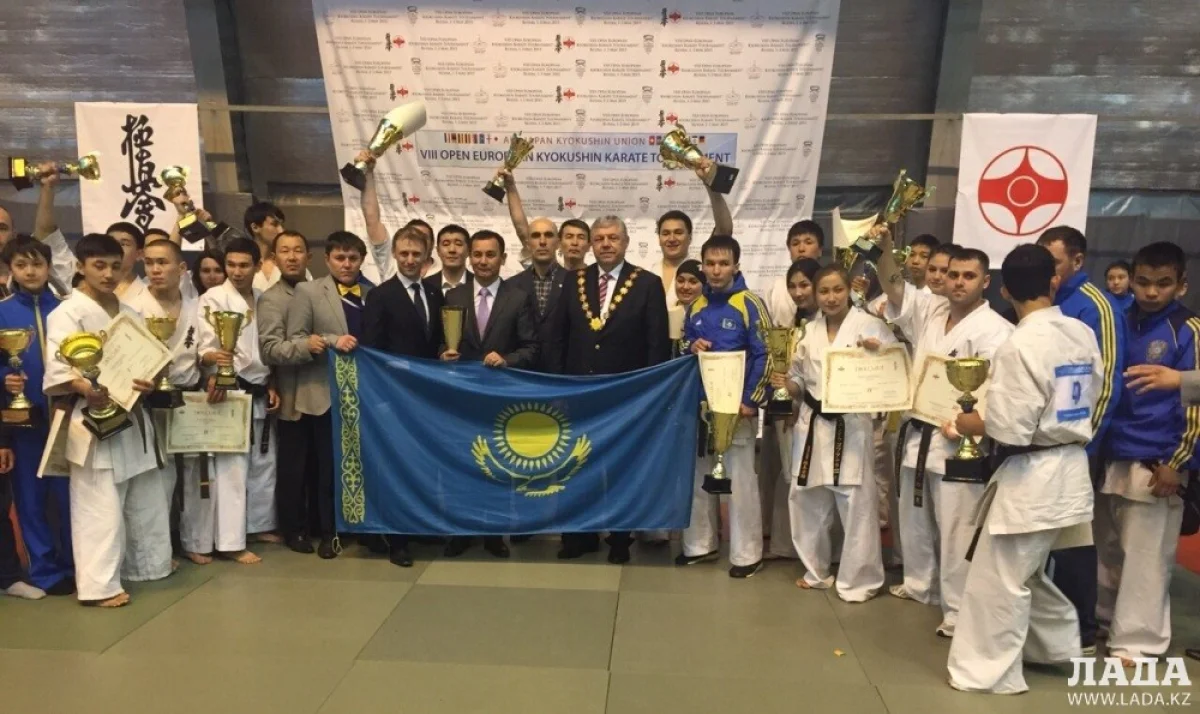Мангистауские спортсмены в Москве. Фото предоставлено участниками турнира||news_pic_more|<!--TBegin--><a href="https://img.lada.kz/2015-05/1432075640_imag0115.jpg" onclick="return hs.expand(this)" ><img align="left" src="https://img.lada.kz/2015-05/thumbs/1432075640_imag0115.jpg" alt='Спортсмены из Мангистау завоевали две серебряные медали на чемпионате Европы по кекушинкай карате в Москве' title='Спортсмены из Мангистау завоевали две серебряные медали на чемпионате Европы по кекушинкай карате в Москве'  /></a><!--TEnd--><br /><!--TBegin--><a href="https://img.lada.kz/2015-05/1432075656_imag0119.jpg" onclick="return hs.expand(this)" ><img align="left" src="https://img.lada.kz/2015-05/thumbs/1432075656_imag0119.jpg" alt='Спортсмены из Мангистау завоевали две серебряные медали на чемпионате Европы по кекушинкай карате в Москве' title='Спортсмены из Мангистау завоевали две серебряные медали на чемпионате Европы по кекушинкай карате в Москве'  /></a><!--TEnd--><br /><!--TBegin--><a href="https://img.lada.kz/2015-05/1432075707_imag0127.jpg" onclick="return hs.expand(this)" ><img align="left" src="https://img.lada.kz/2015-05/thumbs/1432075707_imag0127.jpg" alt='Спортсмены из Мангистау завоевали две серебряные медали на чемпионате Европы по кекушинкай карате в Москве' title='Спортсмены из Мангистау завоевали две серебряные медали на чемпионате Европы по кекушинкай карате в Москве'  /></a><!--TEnd--><br /><!--TBegin--><a href="https://img.lada.kz/2015-05/1432075651_imag0151.jpg" onclick="return hs.expand(this)" ><img align="left" src="https://img.lada.kz/2015-05/thumbs/1432075651_imag0151.jpg" alt='Спортсмены из Мангистау завоевали две серебряные медали на чемпионате Европы по кекушинкай карате в Москве' title='Спортсмены из Мангистау завоевали две серебряные медали на чемпионате Европы по кекушинкай карате в Москве'  /></a><!--TEnd--><br /><!--TBegin--><a href="https://img.lada.kz/2015-05/1432075712_img-20150510-wa0008.jpg" onclick="return hs.expand(this)" ><img align="left" src="https://img.lada.kz/2015-05/thumbs/1432075712_img-20150510-wa0008.jpg" alt='Спортсмены из Мангистау завоевали две серебряные медали на чемпионате Европы по кекушинкай карате в Москве' title='Спортсмены из Мангистау завоевали две серебряные медали на чемпионате Европы по кекушинкай карате в Москве'  /></a><!--TEnd-->