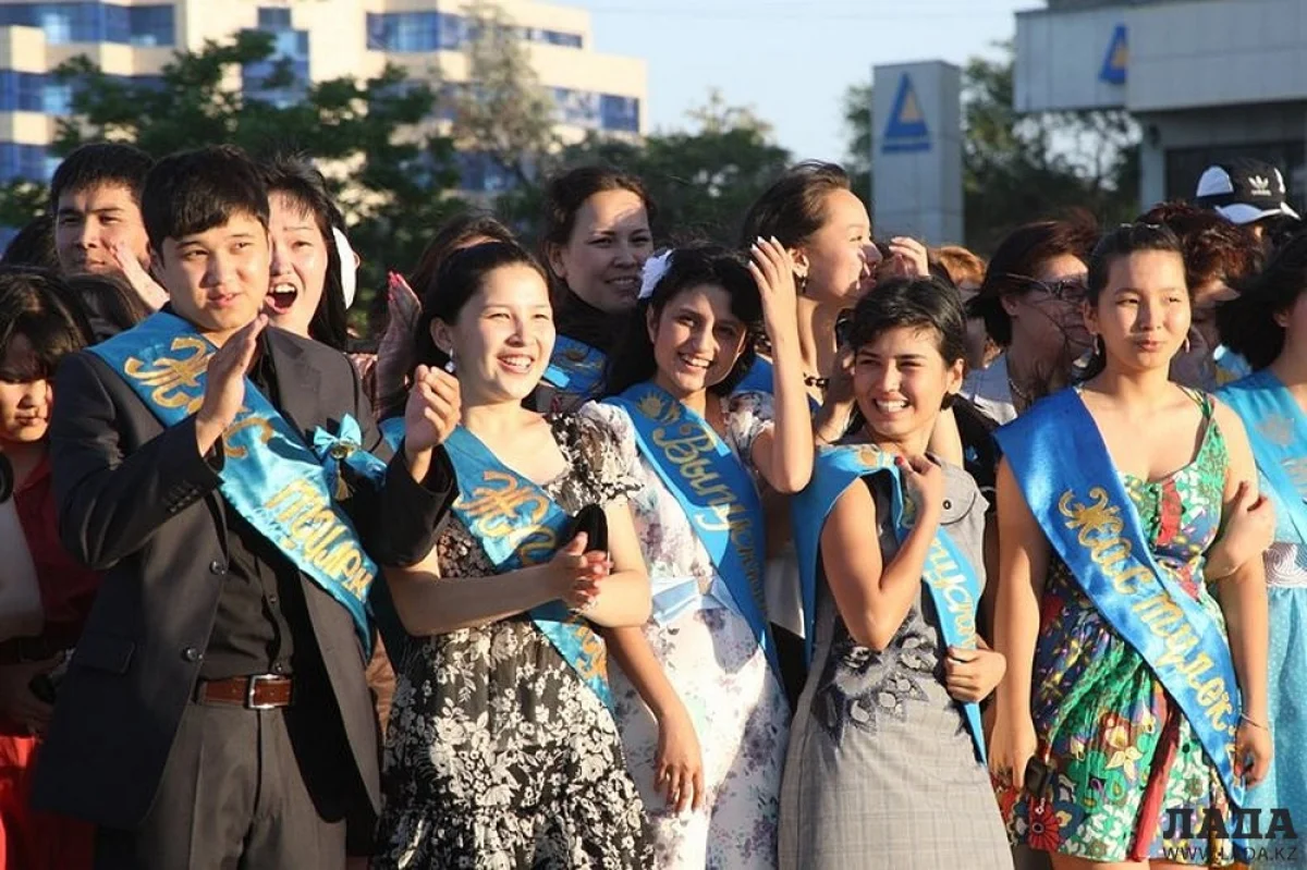 Выпускники 2011 года. Фото из архива «Лады»