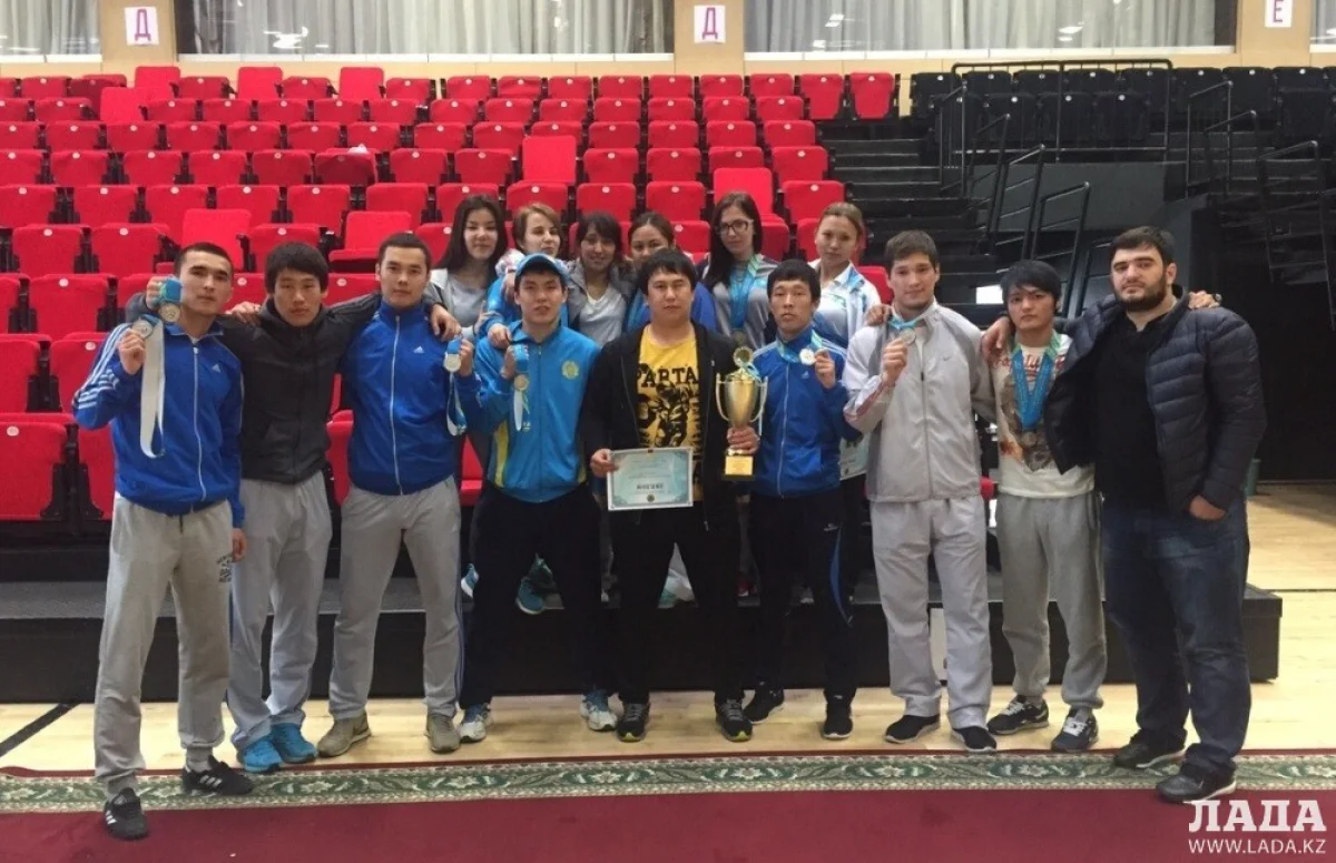 Команда Мангистау завоевала наибольшее количество золотых медалей. Фото предоставлено участниками соревнований||news_pic_more|<!--TBegin--><a href="https://img.lada.kz/2015-05/1432324464_img-20150522-wa0020.jpg" onclick="return hs.expand(this)" ><img align="left" src="https://img.lada.kz/2015-05/thumbs/1432324464_img-20150522-wa0020.jpg" alt='Актауские каратистки завоевали золото в командном соревновании «стенка на стенку» в республиканской спартакиаде' title='Актауские каратистки завоевали золото в командном соревновании «стенка на стенку» в республиканской спартакиаде'  /></a><!--TEnd-->