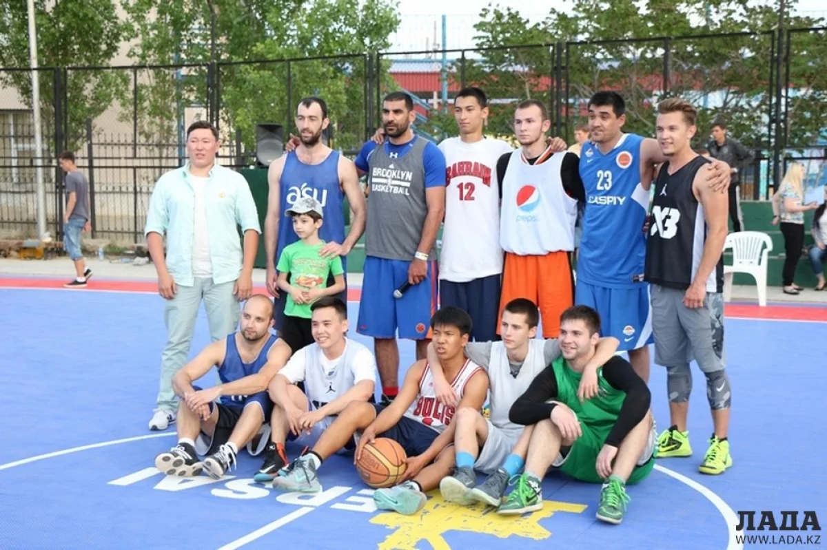 Организаторы и игроки турнира по стритболу||news_pic_more|<!--TBegin--><a href="https://img.lada.kz/2015-05/1432531751_img_2162.jpg" onclick="return hs.expand(this)" ><img align="left" src="https://img.lada.kz/2015-05/thumbs/1432531751_img_2162.jpg" alt='Турнир по стритболу прошел в Актау' title='Турнир по стритболу прошел в Актау'  /></a><!--TEnd--><br /><!--TBegin--><a href="https://img.lada.kz/2015-05/1432531765_img_2169.jpg" onclick="return hs.expand(this)" ><img align="left" src="https://img.lada.kz/2015-05/thumbs/1432531765_img_2169.jpg" alt='Турнир по стритболу прошел в Актау' title='Турнир по стритболу прошел в Актау'  /></a><!--TEnd--><br /><!--TBegin--><a href="https://img.lada.kz/2015-05/1432531834_img_2179.jpg" onclick="return hs.expand(this)" ><img align="left" src="https://img.lada.kz/2015-05/thumbs/1432531834_img_2179.jpg" alt='Турнир по стритболу прошел в Актау' title='Турнир по стритболу прошел в Актау'  /></a><!--TEnd--><br /><!--TBegin--><a href="https://img.lada.kz/2015-05/1432531813_img_2282.jpg" onclick="return hs.expand(this)" ><img align="left" src="https://img.lada.kz/2015-05/thumbs/1432531813_img_2282.jpg" alt='Турнир по стритболу прошел в Актау' title='Турнир по стритболу прошел в Актау'  /></a><!--TEnd-->
