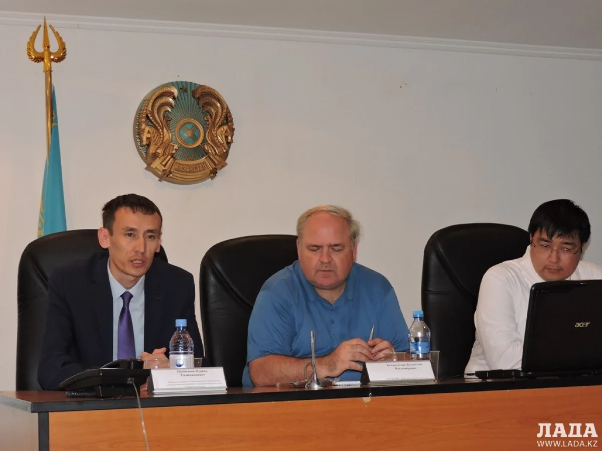 Руководители астраханской делегации на встрече с офтальмологами. Фото автора