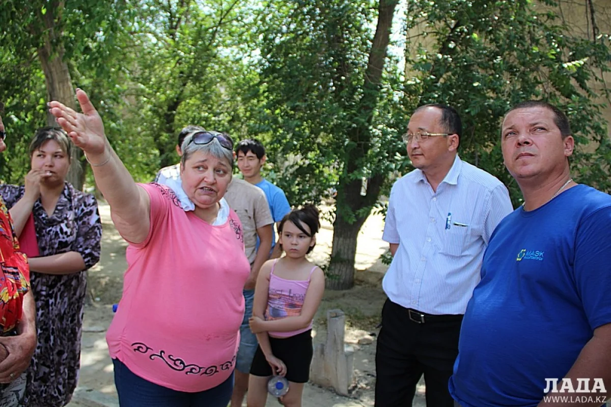Жители первого микрорайона обеспокоены, тем что вместо футбольной площадки появится парковка. Фото автора||news_pic_more|<!--TBegin--><a href="https://img.lada.kz/2015-06/1433938018_img_5778.jpg" onclick="return hs.expand(this)" ><img align="left" src="https://img.lada.kz/2015-06/thumbs/1433938018_img_5778.jpg" alt='Жители первого микрорайона Актау выступают против строительства парковки' title='Жители первого микрорайона Актау выступают против строительства парковки'  /></a><!--TEnd--><br /><!--TBegin--><a href="https://img.lada.kz/2015-06/1433938039_img_5780.jpg" onclick="return hs.expand(this)" ><img align="left" src="https://img.lada.kz/2015-06/thumbs/1433938039_img_5780.jpg" alt='Жители первого микрорайона Актау выступают против строительства парковки' title='Жители первого микрорайона Актау выступают против строительства парковки'  /></a><!--TEnd--><br /><!--TBegin--><a href="https://img.lada.kz/2015-06/1433938016_img_5787.jpg" onclick="return hs.expand(this)" ><img align="left" src="https://img.lada.kz/2015-06/thumbs/1433938016_img_5787.jpg" alt='Жители первого микрорайона Актау выступают против строительства парковки' title='Жители первого микрорайона Актау выступают против строительства парковки'  /></a><!--TEnd--><br /><!--TBegin--><a href="https://img.lada.kz/2015-06/1433938047_img_5789.jpg" onclick="return hs.expand(this)" ><img align="left" src="https://img.lada.kz/2015-06/thumbs/1433938047_img_5789.jpg" alt='Жители первого микрорайона Актау выступают против строительства парковки' title='Жители первого микрорайона Актау выступают против строительства парковки'  /></a><!--TEnd--><br /><!--TBegin--><a href="https://img.lada.kz/2015-06/1433938043_img_5793.jpg" onclick="return hs.expand(this)" ><img align="left" src="https://img.lada.kz/2015-06/thumbs/1433938043_img_5793.jpg" alt='Жители первого микрорайона Актау выступают против строительства парковки' title='Жители первого микрорайона Актау выступают против строительства парковки'  /></a><!--TEnd--><br /><!--TBegin--><a href="https://img.lada.kz/2015-06/1433938033_img_5795.jpg" onclick="return hs.expand(this)" ><img align="left" src="https://img.lada.kz/2015-06/thumbs/1433938033_img_5795.jpg" alt='Жители первого микрорайона Актау выступают против строительства парковки' title='Жители первого микрорайона Актау выступают против строительства парковки'  /></a><!--TEnd--><br /><!--TBegin--><a href="https://img.lada.kz/2015-06/1433938027_img_5799.jpg" onclick="return hs.expand(this)" ><img align="left" src="https://img.lada.kz/2015-06/thumbs/1433938027_img_5799.jpg" alt='Жители первого микрорайона Актау выступают против строительства парковки' title='Жители первого микрорайона Актау выступают против строительства парковки'  /></a><!--TEnd--><br /><!--TBegin--><a href="https://img.lada.kz/2015-06/1433938045_img_5800.jpg" onclick="return hs.expand(this)" ><img align="left" src="https://img.lada.kz/2015-06/thumbs/1433938045_img_5800.jpg" alt='Жители первого микрорайона Актау выступают против строительства парковки' title='Жители первого микрорайона Актау выступают против строительства парковки'  /></a><!--TEnd--><br /><!--TBegin--><a href="https://img.lada.kz/2015-06/1433937992_img_5805.jpg" onclick="return hs.expand(this)" ><img align="left" src="https://img.lada.kz/2015-06/thumbs/1433937992_img_5805.jpg" alt='Жители первого микрорайона Актау выступают против строительства парковки' title='Жители первого микрорайона Актау выступают против строительства парковки'  /></a><!--TEnd--><br /><!--TBegin--><a href="https://img.lada.kz/2015-06/1433937989_img_5806.jpg" onclick="return hs.expand(this)" ><img align="left" src="https://img.lada.kz/2015-06/thumbs/1433937989_img_5806.jpg" alt='Жители первого микрорайона Актау выступают против строительства парковки' title='Жители первого микрорайона Актау выступают против строительства парковки'  /></a><!--TEnd--><br /><!--TBegin--><a href="https://img.lada.kz/2015-06/1433938004_img_5807.jpg" onclick="return hs.expand(this)" ><img align="left" src="https://img.lada.kz/2015-06/thumbs/1433938004_img_5807.jpg" alt='Жители первого микрорайона Актау выступают против строительства парковки' title='Жители первого микрорайона Актау выступают против строительства парковки'  /></a><!--TEnd--><br /><!--TBegin--><a href="https://img.lada.kz/2015-06/1433938059_img_5809.jpg" onclick="return hs.expand(this)" ><img align="left" src="https://img.lada.kz/2015-06/thumbs/1433938059_img_5809.jpg" alt='Жители первого микрорайона Актау выступают против строительства парковки' title='Жители первого микрорайона Актау выступают против строительства парковки'  /></a><!--TEnd--><br /><!--TBegin--><a href="https://img.lada.kz/2015-06/1433938042_img_5811.jpg" onclick="return hs.expand(this)" ><img align="left" src="https://img.lada.kz/2015-06/thumbs/1433938042_img_5811.jpg" alt='Жители первого микрорайона Актау выступают против строительства парковки' title='Жители первого микрорайона Актау выступают против строительства парковки'  /></a><!--TEnd--><br /><!--TBegin--><a href="https://img.lada.kz/2015-06/1433938020_img_5813.jpg" onclick="return hs.expand(this)" ><img align="left" src="https://img.lada.kz/2015-06/thumbs/1433938020_img_5813.jpg" alt='Жители первого микрорайона Актау выступают против строительства парковки' title='Жители первого микрорайона Актау выступают против строительства парковки'  /></a><!--TEnd-->