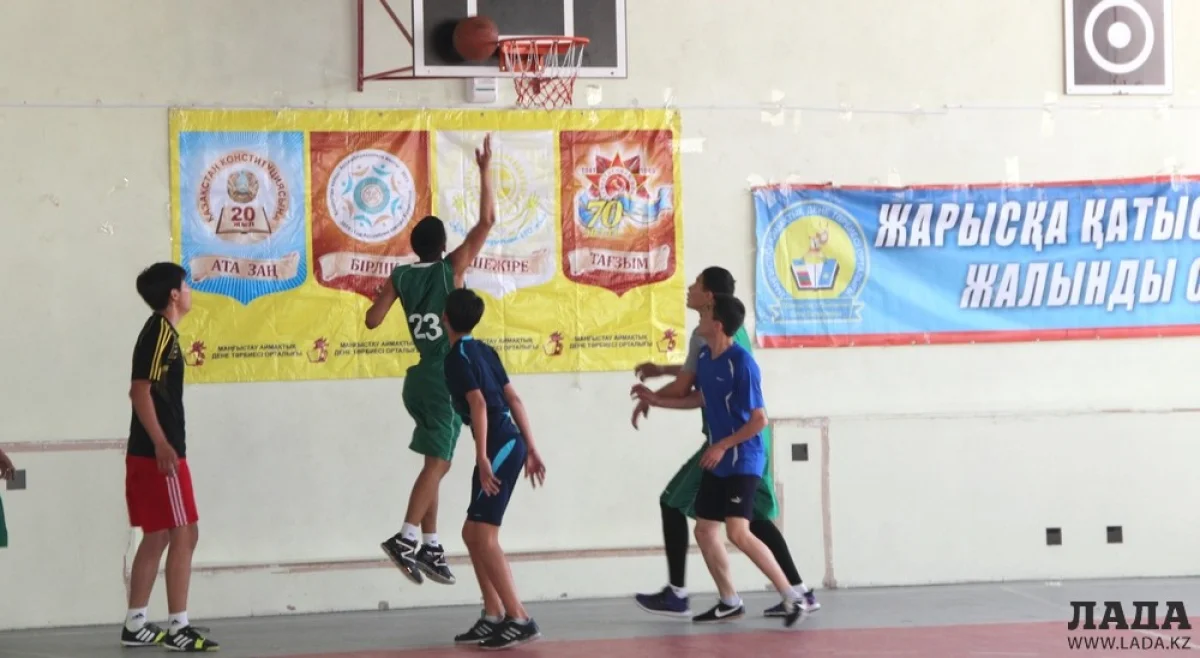 Игра между командами из Жанаозена и Актау. Фото автора||news_pic_more|<!--TBegin--><a href="https://img.lada.kz/2015-06/1434006097_img_5740.jpg" onclick="return hs.expand(this)" ><img align="left" src="https://img.lada.kz/2015-06/thumbs/1434006097_img_5740.jpg" alt='В Актау прошла областная спартакиада среди школьников' title='В Актау прошла областная спартакиада среди школьников'  /></a><!--TEnd--><br /><!--TBegin--><a href="https://img.lada.kz/2015-06/1434006038_img_5746.jpg" onclick="return hs.expand(this)" ><img align="left" src="https://img.lada.kz/2015-06/thumbs/1434006038_img_5746.jpg" alt='В Актау прошла областная спартакиада среди школьников' title='В Актау прошла областная спартакиада среди школьников'  /></a><!--TEnd--><br /><!--TBegin--><a href="https://img.lada.kz/2015-06/1434006073_img_5747.jpg" onclick="return hs.expand(this)" ><img align="left" src="https://img.lada.kz/2015-06/thumbs/1434006073_img_5747.jpg" alt='В Актау прошла областная спартакиада среди школьников' title='В Актау прошла областная спартакиада среди школьников'  /></a><!--TEnd--><br /><!--TBegin--><a href="https://img.lada.kz/2015-06/1434006103_img_5748.jpg" onclick="return hs.expand(this)" ><img align="left" src="https://img.lada.kz/2015-06/thumbs/1434006103_img_5748.jpg" alt='В Актау прошла областная спартакиада среди школьников' title='В Актау прошла областная спартакиада среди школьников'  /></a><!--TEnd--><br /><!--TBegin--><a href="https://img.lada.kz/2015-06/1434006028_img_5753.jpg" onclick="return hs.expand(this)" ><img align="left" src="https://img.lada.kz/2015-06/thumbs/1434006028_img_5753.jpg" alt='В Актау прошла областная спартакиада среди школьников' title='В Актау прошла областная спартакиада среди школьников'  /></a><!--TEnd--><br /><!--TBegin--><a href="https://img.lada.kz/2015-06/1434006093_img_5754.jpg" onclick="return hs.expand(this)" ><img align="left" src="https://img.lada.kz/2015-06/thumbs/1434006093_img_5754.jpg" alt='В Актау прошла областная спартакиада среди школьников' title='В Актау прошла областная спартакиада среди школьников'  /></a><!--TEnd--><br /><!--TBegin--><a href="https://img.lada.kz/2015-06/1434006054_img_5756.jpg" onclick="return hs.expand(this)" ><img align="left" src="https://img.lada.kz/2015-06/thumbs/1434006054_img_5756.jpg" alt='В Актау прошла областная спартакиада среди школьников' title='В Актау прошла областная спартакиада среди школьников'  /></a><!--TEnd--><br /><!--TBegin--><a href="https://img.lada.kz/2015-06/1434006076_img_5759.jpg" onclick="return hs.expand(this)" ><img align="left" src="https://img.lada.kz/2015-06/thumbs/1434006076_img_5759.jpg" alt='В Актау прошла областная спартакиада среди школьников' title='В Актау прошла областная спартакиада среди школьников'  /></a><!--TEnd--><br /><!--TBegin--><a href="https://img.lada.kz/2015-06/1434006127_img_5761.jpg" onclick="return hs.expand(this)" ><img align="left" src="https://img.lada.kz/2015-06/thumbs/1434006127_img_5761.jpg" alt='В Актау прошла областная спартакиада среди школьников' title='В Актау прошла областная спартакиада среди школьников'  /></a><!--TEnd--><br /><!--TBegin--><a href="https://img.lada.kz/2015-06/1434006129_img_5763.jpg" onclick="return hs.expand(this)" ><img align="left" src="https://img.lada.kz/2015-06/thumbs/1434006129_img_5763.jpg" alt='В Актау прошла областная спартакиада среди школьников' title='В Актау прошла областная спартакиада среди школьников'  /></a><!--TEnd--><br /><!--TBegin--><a href="https://img.lada.kz/2015-06/1434006138_img_5764.jpg" onclick="return hs.expand(this)" ><img align="left" src="https://img.lada.kz/2015-06/thumbs/1434006138_img_5764.jpg" alt='В Актау прошла областная спартакиада среди школьников' title='В Актау прошла областная спартакиада среди школьников'  /></a><!--TEnd--><br /><!--TBegin--><a href="https://img.lada.kz/2015-06/1434006120_img_5765.jpg" onclick="return hs.expand(this)" ><img align="left" src="https://img.lada.kz/2015-06/thumbs/1434006120_img_5765.jpg" alt='В Актау прошла областная спартакиада среди школьников' title='В Актау прошла областная спартакиада среди школьников'  /></a><!--TEnd-->