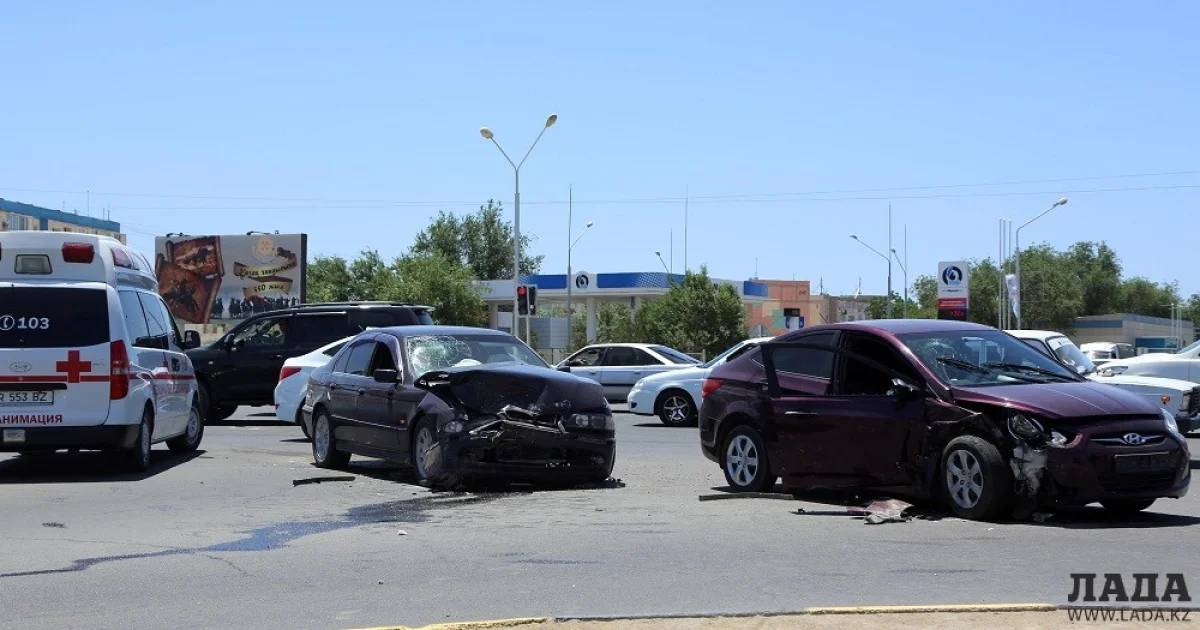 Фото автора||news_pic_more|<!--TBegin--><a href="https://img.lada.kz/2015-06/1434430414_2.jpg" onclick="return hs.expand(this)" ><img align="left" src="https://img.lada.kz/2015-06/thumbs/1434430414_2.jpg" alt='В Актау при столкновении автомобилей Hyundai и BMW пострадал один человек' title='В Актау при столкновении автомобилей Hyundai и BMW пострадал один человек'  /></a><!--TEnd--><br /><!--TBegin--><a href="https://img.lada.kz/2015-06/1434430482_10.jpg" onclick="return hs.expand(this)" ><img align="left" src="https://img.lada.kz/2015-06/thumbs/1434430482_10.jpg" alt='В Актау при столкновении автомобилей Hyundai и BMW пострадал один человек' title='В Актау при столкновении автомобилей Hyundai и BMW пострадал один человек'  /></a><!--TEnd--><br /><!--TBegin--><a href="https://img.lada.kz/2015-06/1434430429_12.jpg" onclick="return hs.expand(this)" ><img align="left" src="https://img.lada.kz/2015-06/thumbs/1434430429_12.jpg" alt='В Актау при столкновении автомобилей Hyundai и BMW пострадал один человек' title='В Актау при столкновении автомобилей Hyundai и BMW пострадал один человек'  /></a><!--TEnd--><br /><!--TBegin--><a href="https://img.lada.kz/2015-06/1434430404_13.jpg" onclick="return hs.expand(this)" ><img align="left" src="https://img.lada.kz/2015-06/thumbs/1434430404_13.jpg" alt='В Актау при столкновении автомобилей Hyundai и BMW пострадал один человек' title='В Актау при столкновении автомобилей Hyundai и BMW пострадал один человек'  /></a><!--TEnd-->