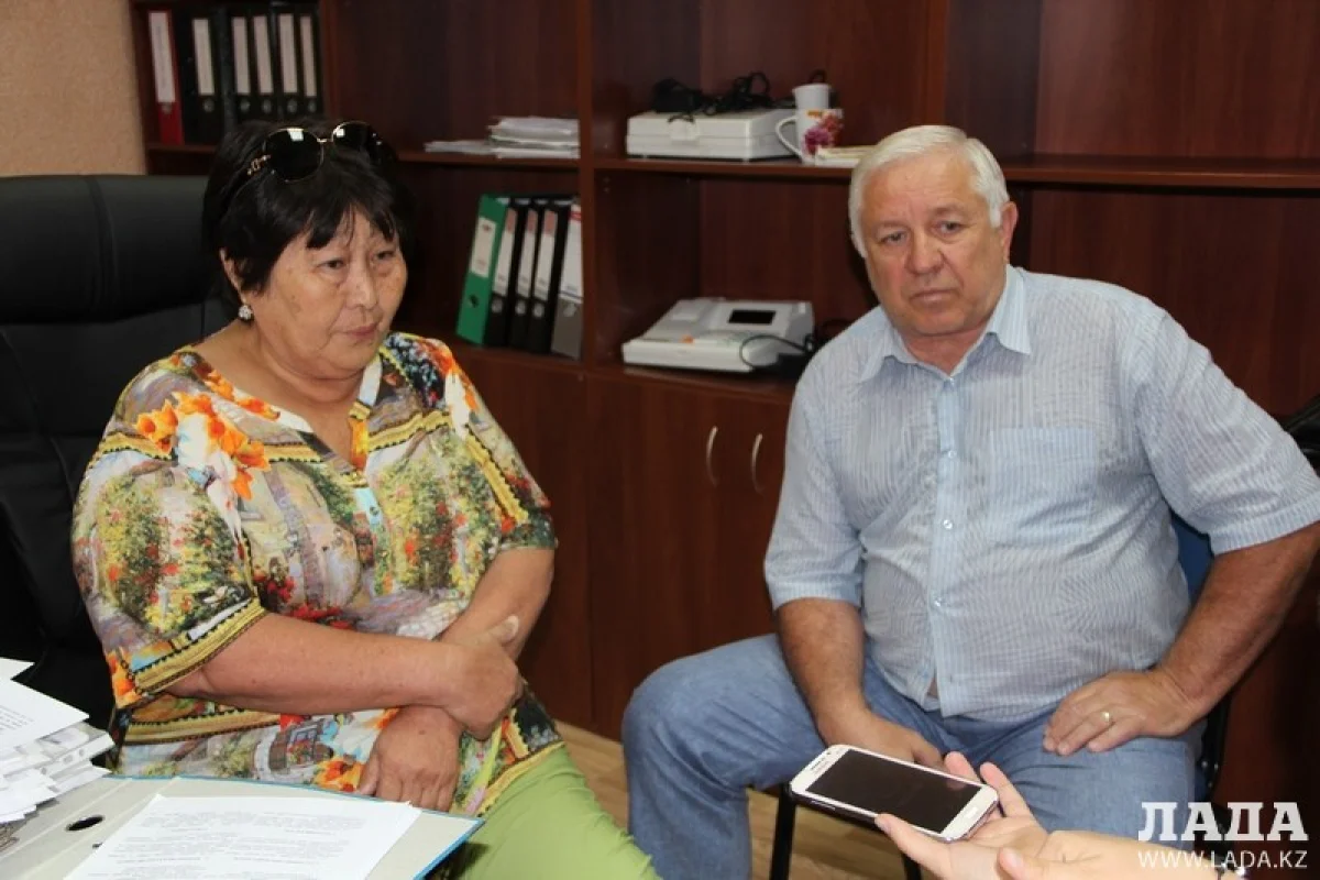 Актауские розничные реализаторы сжиженного газа. Фото автора