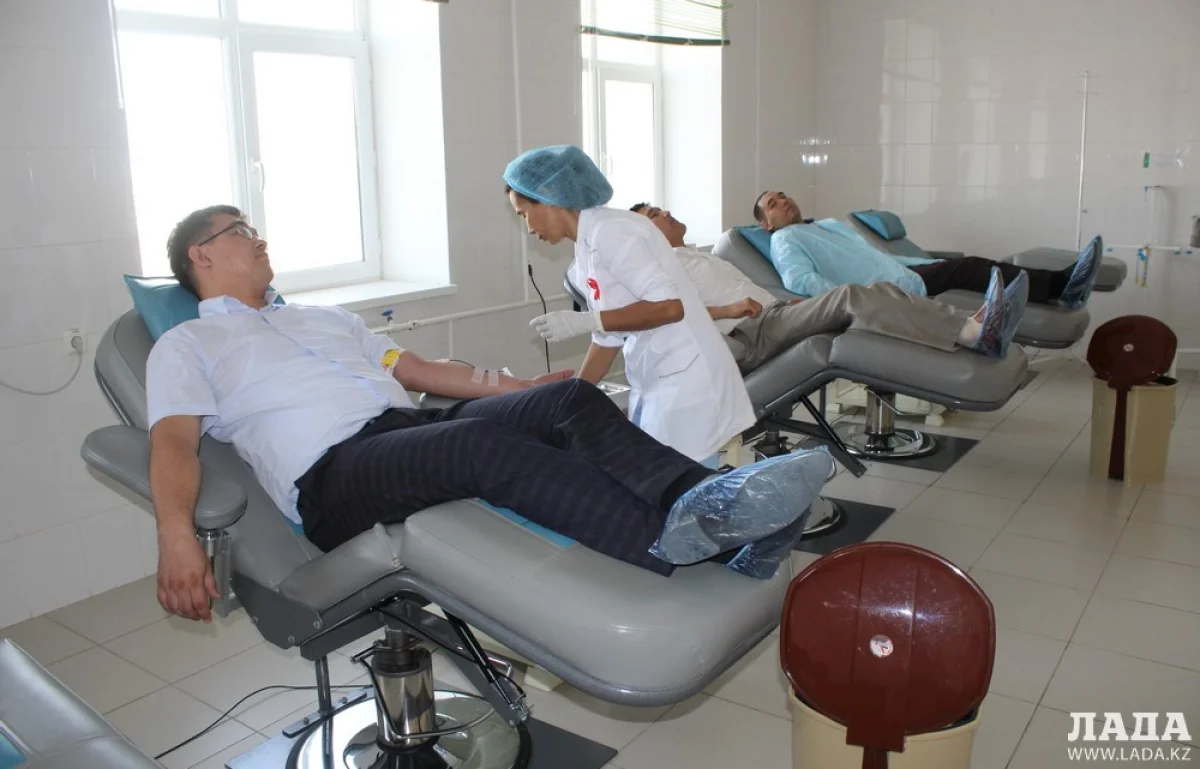 Сдача крови в День донора