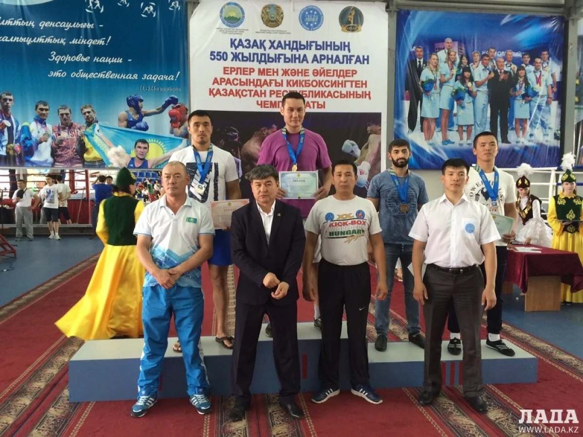 Актауские спортсмены. Фото предоставил Есемурат Селиков||news_pic_more|<!--TBegin--><a href="https://img.lada.kz/2015-06/1434611891_img-20150616-wa0002.jpg" onclick="return hs.expand(this)" ><img align="left" src="https://img.lada.kz/2015-06/thumbs/1434611891_img-20150616-wa0002.jpg" alt='Актауские спортсмены завоевали шесть медалей на чемпионате Казахстана по кикбоксингу' title='Актауские спортсмены завоевали шесть медалей на чемпионате Казахстана по кикбоксингу'  /></a><!--TEnd--><br /><!--TBegin--><a href="https://img.lada.kz/2015-06/1434611854_img-20150616-wa0003.jpg" onclick="return hs.expand(this)" ><img align="left" src="https://img.lada.kz/2015-06/thumbs/1434611854_img-20150616-wa0003.jpg" alt='Актауские спортсмены завоевали шесть медалей на чемпионате Казахстана по кикбоксингу' title='Актауские спортсмены завоевали шесть медалей на чемпионате Казахстана по кикбоксингу'  /></a><!--TEnd--><br /><!--TBegin--><a href="https://img.lada.kz/2015-06/1434611896_img-20150616-wa0004.jpg" onclick="return hs.expand(this)" ><img align="left" src="https://img.lada.kz/2015-06/thumbs/1434611896_img-20150616-wa0004.jpg" alt='Актауские спортсмены завоевали шесть медалей на чемпионате Казахстана по кикбоксингу' title='Актауские спортсмены завоевали шесть медалей на чемпионате Казахстана по кикбоксингу'  /></a><!--TEnd-->