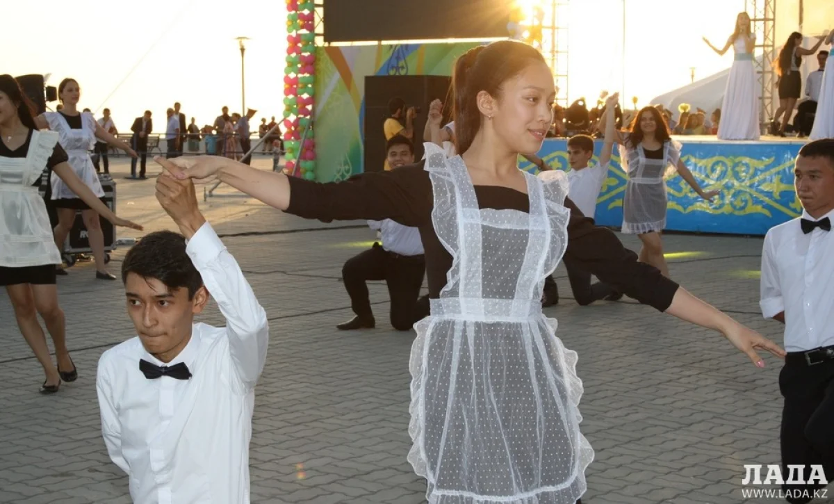 Школьный вальс||news_pic_more|<!--TBegin--><a href="https://img.lada.kz/2015-06/1434731485_4x4x0161.jpg" onclick="return hs.expand(this)" ><img align="left" src="https://img.lada.kz/2015-06/thumbs/1434731485_4x4x0161.jpg" alt='В Актау прошел общегородской выпускной вечер' title='В Актау прошел общегородской выпускной вечер'  /></a><!--TEnd--><br /><!--TBegin--><a href="https://img.lada.kz/2015-06/1434731497_4x4x0162.jpg" onclick="return hs.expand(this)" ><img align="left" src="https://img.lada.kz/2015-06/thumbs/1434731497_4x4x0162.jpg" alt='В Актау прошел общегородской выпускной вечер' title='В Актау прошел общегородской выпускной вечер'  /></a><!--TEnd--><br /><!--TBegin--><a href="https://img.lada.kz/2015-06/1434731445_4x4x0163.jpg" onclick="return hs.expand(this)" ><img align="left" src="https://img.lada.kz/2015-06/thumbs/1434731445_4x4x0163.jpg" alt='В Актау прошел общегородской выпускной вечер' title='В Актау прошел общегородской выпускной вечер'  /></a><!--TEnd--><br /><!--TBegin--><a href="https://img.lada.kz/2015-06/1434731488_4x4x0164.jpg" onclick="return hs.expand(this)" ><img align="left" src="https://img.lada.kz/2015-06/thumbs/1434731488_4x4x0164.jpg" alt='В Актау прошел общегородской выпускной вечер' title='В Актау прошел общегородской выпускной вечер'  /></a><!--TEnd--><br /><!--TBegin--><a href="https://img.lada.kz/2015-06/1434731480_4x4x0166.jpg" onclick="return hs.expand(this)" ><img align="left" src="https://img.lada.kz/2015-06/thumbs/1434731480_4x4x0166.jpg" alt='В Актау прошел общегородской выпускной вечер' title='В Актау прошел общегородской выпускной вечер'  /></a><!--TEnd--><br /><!--TBegin--><a href="https://img.lada.kz/2015-06/1434731433_4x4x0172.jpg" onclick="return hs.expand(this)" ><img align="left" src="https://img.lada.kz/2015-06/thumbs/1434731433_4x4x0172.jpg" alt='В Актау прошел общегородской выпускной вечер' title='В Актау прошел общегородской выпускной вечер'  /></a><!--TEnd--><br /><!--TBegin--><a href="https://img.lada.kz/2015-06/1434731493_4x4x0174.jpg" onclick="return hs.expand(this)" ><img align="left" src="https://img.lada.kz/2015-06/thumbs/1434731493_4x4x0174.jpg" alt='В Актау прошел общегородской выпускной вечер' title='В Актау прошел общегородской выпускной вечер'  /></a><!--TEnd--><br /><!--TBegin--><a href="https://img.lada.kz/2015-06/1434731449_4x4x0181.jpg" onclick="return hs.expand(this)" ><img align="left" src="https://img.lada.kz/2015-06/thumbs/1434731449_4x4x0181.jpg" alt='В Актау прошел общегородской выпускной вечер' title='В Актау прошел общегородской выпускной вечер'  /></a><!--TEnd--><br /><!--TBegin--><a href="https://img.lada.kz/2015-06/1434731444_4x4x0183.jpg" onclick="return hs.expand(this)" ><img align="left" src="https://img.lada.kz/2015-06/thumbs/1434731444_4x4x0183.jpg" alt='В Актау прошел общегородской выпускной вечер' title='В Актау прошел общегородской выпускной вечер'  /></a><!--TEnd--><br /><!--TBegin--><a href="https://img.lada.kz/2015-06/1434731437_4x4x0188.jpg" onclick="return hs.expand(this)" ><img align="left" src="https://img.lada.kz/2015-06/thumbs/1434731437_4x4x0188.jpg" alt='В Актау прошел общегородской выпускной вечер' title='В Актау прошел общегородской выпускной вечер'  /></a><!--TEnd--><br /><!--TBegin--><a href="https://img.lada.kz/2015-06/1434731514_4x4x0192.jpg" onclick="return hs.expand(this)" ><img align="left" src="https://img.lada.kz/2015-06/thumbs/1434731514_4x4x0192.jpg" alt='В Актау прошел общегородской выпускной вечер' title='В Актау прошел общегородской выпускной вечер'  /></a><!--TEnd--><br /><!--TBegin--><a href="https://img.lada.kz/2015-06/1434731429_4x4x0213.jpg" onclick="return hs.expand(this)" ><img align="left" src="https://img.lada.kz/2015-06/thumbs/1434731429_4x4x0213.jpg" alt='В Актау прошел общегородской выпускной вечер' title='В Актау прошел общегородской выпускной вечер'  /></a><!--TEnd--><br /><!--TBegin--><a href="https://img.lada.kz/2015-06/1434731472_4x4x0223.jpg" onclick="return hs.expand(this)" ><img align="left" src="https://img.lada.kz/2015-06/thumbs/1434731472_4x4x0223.jpg" alt='В Актау прошел общегородской выпускной вечер' title='В Актау прошел общегородской выпускной вечер'  /></a><!--TEnd--><br /><!--TBegin--><a href="https://img.lada.kz/2015-06/1434731463_4x4x0230.jpg" onclick="return hs.expand(this)" ><img align="left" src="https://img.lada.kz/2015-06/thumbs/1434731463_4x4x0230.jpg" alt='В Актау прошел общегородской выпускной вечер' title='В Актау прошел общегородской выпускной вечер'  /></a><!--TEnd--><br /><!--TBegin--><a href="https://img.lada.kz/2015-06/1434731490_4x4x0240.jpg" onclick="return hs.expand(this)" ><img align="left" src="https://img.lada.kz/2015-06/thumbs/1434731490_4x4x0240.jpg" alt='В Актау прошел общегородской выпускной вечер' title='В Актау прошел общегородской выпускной вечер'  /></a><!--TEnd-->