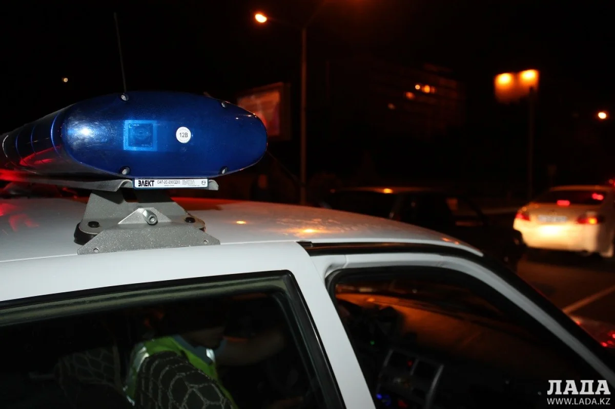 Количество автопатрулей во время выпускного бала было увеличено. Фото автора||news_pic_more|<!--TBegin--><a href="https://img.lada.kz/2015-06/1434795463_img_5435.jpg" onclick="return hs.expand(this)" ><img align="left" src="https://img.lada.kz/2015-06/thumbs/1434795463_img_5435.jpg" alt='Улыгбек Мылтыков: Выпускные балы в Актау прошли спокойно' title='Улыгбек Мылтыков: Выпускные балы в Актау прошли спокойно'  /></a><!--TEnd--><br /><!--TBegin--><a href="https://img.lada.kz/2015-06/1434795650_img_5425.jpg" onclick="return hs.expand(this)" ><img align="left" src="https://img.lada.kz/2015-06/thumbs/1434795650_img_5425.jpg" alt='Улыгбек Мылтыков: Выпускные балы в Актау прошли спокойно' title='Улыгбек Мылтыков: Выпускные балы в Актау прошли спокойно'  /></a><!--TEnd--><br /><!--TBegin--><a href="https://img.lada.kz/2015-06/1434795659_img_5428.jpg" onclick="return hs.expand(this)" ><img align="left" src="https://img.lada.kz/2015-06/thumbs/1434795659_img_5428.jpg" alt='Улыгбек Мылтыков: Выпускные балы в Актау прошли спокойно' title='Улыгбек Мылтыков: Выпускные балы в Актау прошли спокойно'  /></a><!--TEnd--><br /><!--TBegin--><a href="https://img.lada.kz/2015-06/1434795637_img_5467.jpg" onclick="return hs.expand(this)" ><img align="left" src="https://img.lada.kz/2015-06/thumbs/1434795637_img_5467.jpg" alt='Улыгбек Мылтыков: Выпускные балы в Актау прошли спокойно' title='Улыгбек Мылтыков: Выпускные балы в Актау прошли спокойно'  /></a><!--TEnd-->