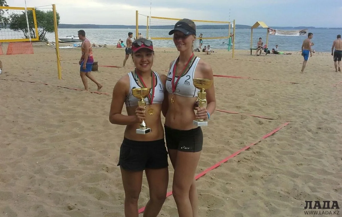 Обладательницы кубка «Минское море» - Бахтыгуль Самаликова и  Анна Елеференко
