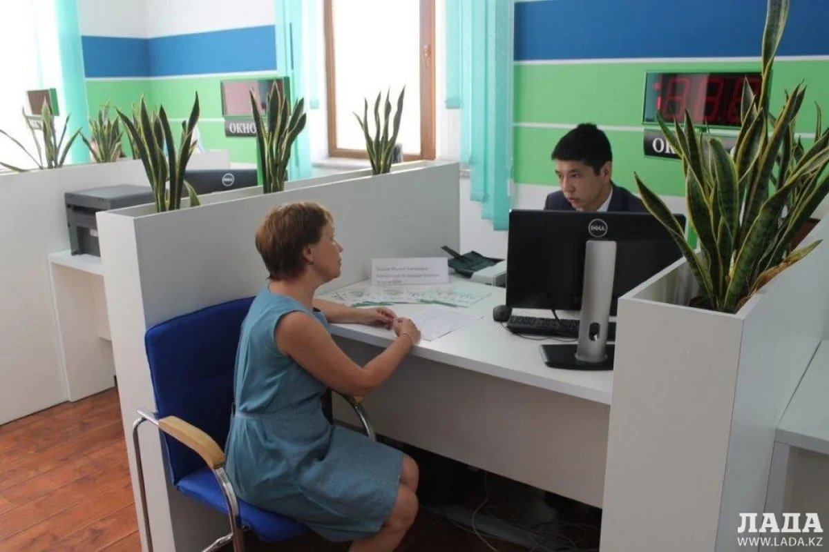 Консультирование предпринимателей в ЦОПе Актау. Фото предоставлено пресс-службой ЦОНа
