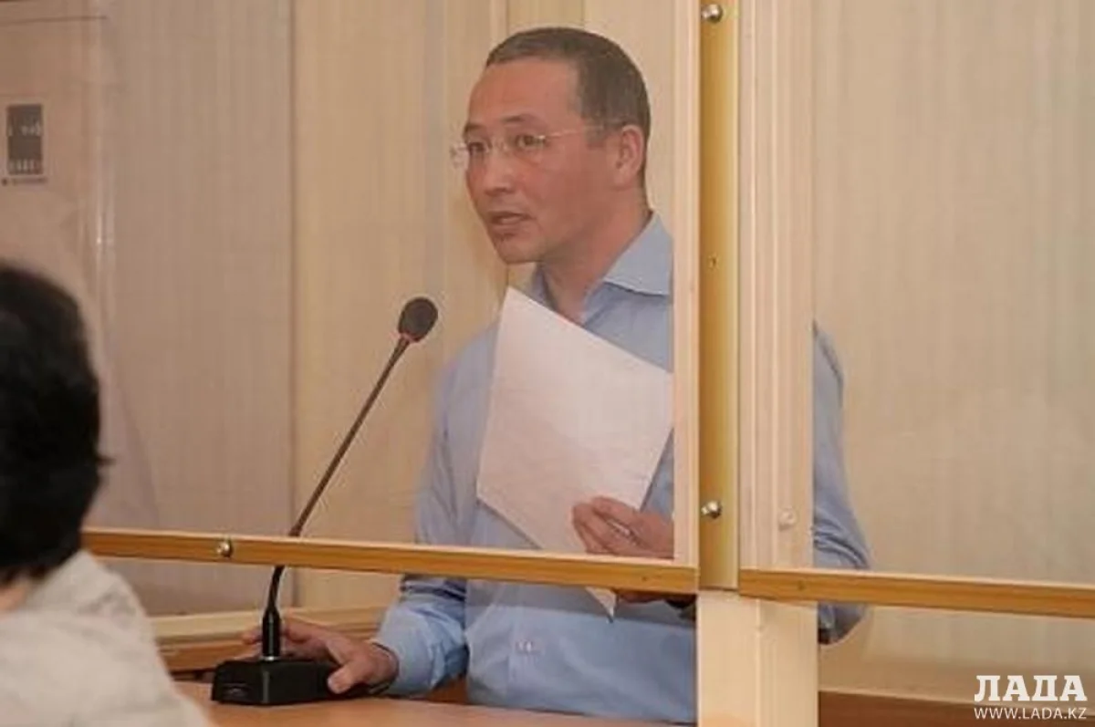 Орак Сарбопеев на скамье подсудимых