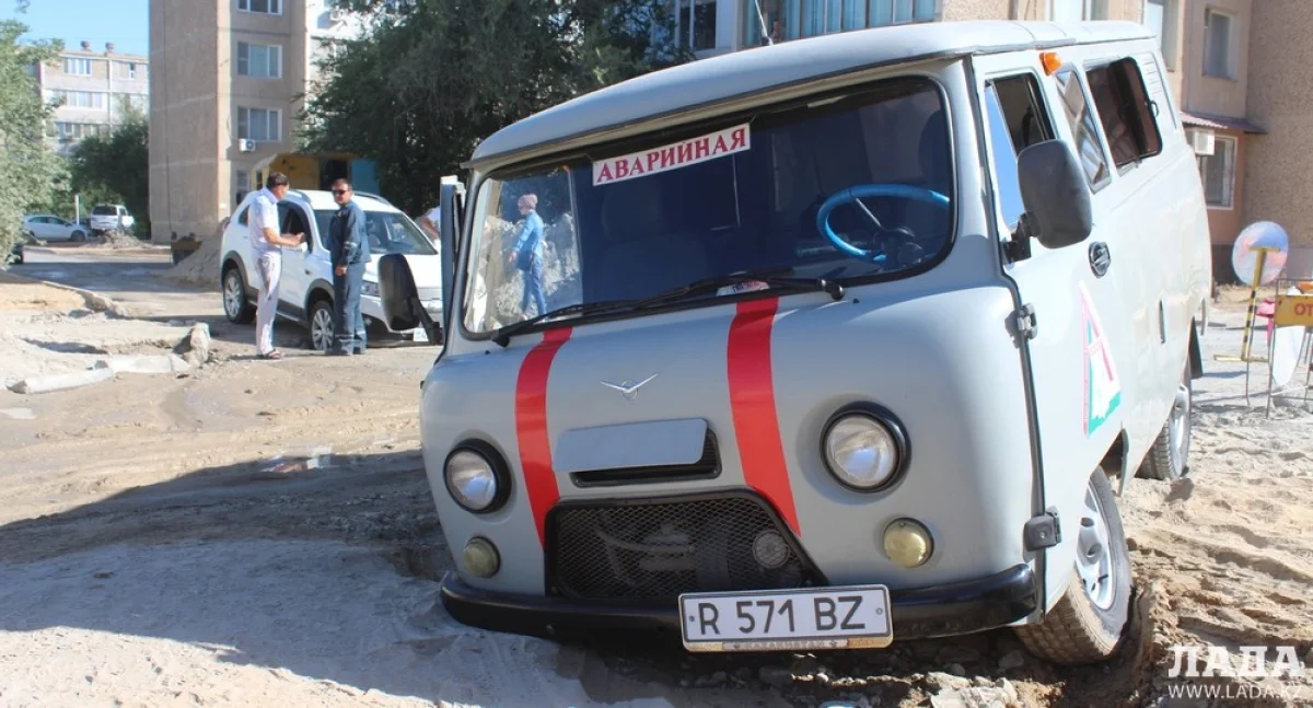 На месте провала||news_pic_more|<!--TBegin--><a href="https://img.lada.kz/2015-06/1435294332_img_7074.jpg" onclick="return hs.expand(this)" ><img align="left" src="https://img.lada.kz/2015-06/thumbs/1435294332_img_7074.jpg" alt='В пятом микрорайоне Актау провалились два автомобиля' title='В пятом микрорайоне Актау провалились два автомобиля'  /></a><!--TEnd--><br /><!--TBegin--><a href="https://img.lada.kz/2015-06/1435294355_img_7031.jpg" onclick="return hs.expand(this)" ><img align="left" src="https://img.lada.kz/2015-06/thumbs/1435294355_img_7031.jpg" alt='В пятом микрорайоне Актау провалились два автомобиля' title='В пятом микрорайоне Актау провалились два автомобиля'  /></a><!--TEnd--><br /><!--TBegin--><a href="https://img.lada.kz/2015-06/1435294349_img_7033.jpg" onclick="return hs.expand(this)" ><img align="left" src="https://img.lada.kz/2015-06/thumbs/1435294349_img_7033.jpg" alt='В пятом микрорайоне Актау провалились два автомобиля' title='В пятом микрорайоне Актау провалились два автомобиля'  /></a><!--TEnd--><br /><!--TBegin--><a href="https://img.lada.kz/2015-06/1435294316_img_7034.jpg" onclick="return hs.expand(this)" ><img align="left" src="https://img.lada.kz/2015-06/thumbs/1435294316_img_7034.jpg" alt='В пятом микрорайоне Актау провалились два автомобиля' title='В пятом микрорайоне Актау провалились два автомобиля'  /></a><!--TEnd--><br /><!--TBegin--><a href="https://img.lada.kz/2015-06/1435294305_img_7035.jpg" onclick="return hs.expand(this)" ><img align="left" src="https://img.lada.kz/2015-06/thumbs/1435294305_img_7035.jpg" alt='В пятом микрорайоне Актау провалились два автомобиля' title='В пятом микрорайоне Актау провалились два автомобиля'  /></a><!--TEnd--><br /><!--TBegin--><a href="https://img.lada.kz/2015-06/1435294291_img_7036.jpg" onclick="return hs.expand(this)" ><img align="left" src="https://img.lada.kz/2015-06/thumbs/1435294291_img_7036.jpg" alt='В пятом микрорайоне Актау провалились два автомобиля' title='В пятом микрорайоне Актау провалились два автомобиля'  /></a><!--TEnd--><br /><!--TBegin--><a href="https://img.lada.kz/2015-06/1435294365_img_7037.jpg" onclick="return hs.expand(this)" ><img align="left" src="https://img.lada.kz/2015-06/thumbs/1435294365_img_7037.jpg" alt='В пятом микрорайоне Актау провалились два автомобиля' title='В пятом микрорайоне Актау провалились два автомобиля'  /></a><!--TEnd--><br /><!--TBegin--><a href="https://img.lada.kz/2015-06/1435294323_img_7038.jpg" onclick="return hs.expand(this)" ><img align="left" src="https://img.lada.kz/2015-06/thumbs/1435294323_img_7038.jpg" alt='В пятом микрорайоне Актау провалились два автомобиля' title='В пятом микрорайоне Актау провалились два автомобиля'  /></a><!--TEnd--><br /><!--TBegin--><a href="https://img.lada.kz/2015-06/1435294344_img_7039.jpg" onclick="return hs.expand(this)" ><img align="left" src="https://img.lada.kz/2015-06/thumbs/1435294344_img_7039.jpg" alt='В пятом микрорайоне Актау провалились два автомобиля' title='В пятом микрорайоне Актау провалились два автомобиля'  /></a><!--TEnd--><br /><!--TBegin--><a href="https://img.lada.kz/2015-06/1435294362_img_7040.jpg" onclick="return hs.expand(this)" ><img align="left" src="https://img.lada.kz/2015-06/thumbs/1435294362_img_7040.jpg" alt='В пятом микрорайоне Актау провалились два автомобиля' title='В пятом микрорайоне Актау провалились два автомобиля'  /></a><!--TEnd--><br /><!--TBegin--><a href="https://img.lada.kz/2015-06/1435294360_img_7045.jpg" onclick="return hs.expand(this)" ><img align="left" src="https://img.lada.kz/2015-06/thumbs/1435294360_img_7045.jpg" alt='В пятом микрорайоне Актау провалились два автомобиля' title='В пятом микрорайоне Актау провалились два автомобиля'  /></a><!--TEnd--><br /><!--TBegin--><a href="https://img.lada.kz/2015-06/1435294297_img_7047.jpg" onclick="return hs.expand(this)" ><img align="left" src="https://img.lada.kz/2015-06/thumbs/1435294297_img_7047.jpg" alt='В пятом микрорайоне Актау провалились два автомобиля' title='В пятом микрорайоне Актау провалились два автомобиля'  /></a><!--TEnd--><br /><!--TBegin--><a href="https://img.lada.kz/2015-06/1435294289_img_7048.jpg" onclick="return hs.expand(this)" ><img align="left" src="https://img.lada.kz/2015-06/thumbs/1435294289_img_7048.jpg" alt='В пятом микрорайоне Актау провалились два автомобиля' title='В пятом микрорайоне Актау провалились два автомобиля'  /></a><!--TEnd--><br /><!--TBegin--><a href="https://img.lada.kz/2015-06/1435294371_img_7049.jpg" onclick="return hs.expand(this)" ><img align="left" src="https://img.lada.kz/2015-06/thumbs/1435294371_img_7049.jpg" alt='В пятом микрорайоне Актау провалились два автомобиля' title='В пятом микрорайоне Актау провалились два автомобиля'  /></a><!--TEnd--><br /><!--TBegin--><a href="https://img.lada.kz/2015-06/1435294293_img_7051.jpg" onclick="return hs.expand(this)" ><img align="left" src="https://img.lada.kz/2015-06/thumbs/1435294293_img_7051.jpg" alt='В пятом микрорайоне Актау провалились два автомобиля' title='В пятом микрорайоне Актау провалились два автомобиля'  /></a><!--TEnd--><br /><!--TBegin--><a href="https://img.lada.kz/2015-06/1435294328_img_7052.jpg" onclick="return hs.expand(this)" ><img align="left" src="https://img.lada.kz/2015-06/thumbs/1435294328_img_7052.jpg" alt='В пятом микрорайоне Актау провалились два автомобиля' title='В пятом микрорайоне Актау провалились два автомобиля'  /></a><!--TEnd--><br /><!--TBegin--><a href="https://img.lada.kz/2015-06/1435294308_img_7053.jpg" onclick="return hs.expand(this)" ><img align="left" src="https://img.lada.kz/2015-06/thumbs/1435294308_img_7053.jpg" alt='В пятом микрорайоне Актау провалились два автомобиля' title='В пятом микрорайоне Актау провалились два автомобиля'  /></a><!--TEnd--><br /><!--TBegin--><a href="https://img.lada.kz/2015-06/1435294316_img_7055.jpg" onclick="return hs.expand(this)" ><img align="left" src="https://img.lada.kz/2015-06/thumbs/1435294316_img_7055.jpg" alt='В пятом микрорайоне Актау провалились два автомобиля' title='В пятом микрорайоне Актау провалились два автомобиля'  /></a><!--TEnd--><br /><!--TBegin--><a href="https://img.lada.kz/2015-06/1435294381_img_7056.jpg" onclick="return hs.expand(this)" ><img align="left" src="https://img.lada.kz/2015-06/thumbs/1435294381_img_7056.jpg" alt='В пятом микрорайоне Актау провалились два автомобиля' title='В пятом микрорайоне Актау провалились два автомобиля'  /></a><!--TEnd--><br /><!--TBegin--><a href="https://img.lada.kz/2015-06/1435294326_img_7057.jpg" onclick="return hs.expand(this)" ><img align="left" src="https://img.lada.kz/2015-06/thumbs/1435294326_img_7057.jpg" alt='В пятом микрорайоне Актау провалились два автомобиля' title='В пятом микрорайоне Актау провалились два автомобиля'  /></a><!--TEnd--><br /><!--TBegin--><a href="https://img.lada.kz/2015-06/1435294384_img_7058.jpg" onclick="return hs.expand(this)" ><img align="left" src="https://img.lada.kz/2015-06/thumbs/1435294384_img_7058.jpg" alt='В пятом микрорайоне Актау провалились два автомобиля' title='В пятом микрорайоне Актау провалились два автомобиля'  /></a><!--TEnd--><br /><!--TBegin--><a href="https://img.lada.kz/2015-06/1435294353_img_7059.jpg" onclick="return hs.expand(this)" ><img align="left" src="https://img.lada.kz/2015-06/thumbs/1435294353_img_7059.jpg" alt='В пятом микрорайоне Актау провалились два автомобиля' title='В пятом микрорайоне Актау провалились два автомобиля'  /></a><!--TEnd--><br /><!--TBegin--><a href="https://img.lada.kz/2015-06/1435294303_img_7060.jpg" onclick="return hs.expand(this)" ><img align="left" src="https://img.lada.kz/2015-06/thumbs/1435294303_img_7060.jpg" alt='В пятом микрорайоне Актау провалились два автомобиля' title='В пятом микрорайоне Актау провалились два автомобиля'  /></a><!--TEnd--><br /><!--TBegin--><a href="https://img.lada.kz/2015-06/1435294392_img_7062.jpg" onclick="return hs.expand(this)" ><img align="left" src="https://img.lada.kz/2015-06/thumbs/1435294392_img_7062.jpg" alt='В пятом микрорайоне Актау провалились два автомобиля' title='В пятом микрорайоне Актау провалились два автомобиля'  /></a><!--TEnd--><br /><!--TBegin--><a href="https://img.lada.kz/2015-06/1435294371_img_7063.jpg" onclick="return hs.expand(this)" ><img align="left" src="https://img.lada.kz/2015-06/thumbs/1435294371_img_7063.jpg" alt='В пятом микрорайоне Актау провалились два автомобиля' title='В пятом микрорайоне Актау провалились два автомобиля'  /></a><!--TEnd--><br /><!--TBegin--><a href="https://img.lada.kz/2015-06/1435294364_img_7064.jpg" onclick="return hs.expand(this)" ><img align="left" src="https://img.lada.kz/2015-06/thumbs/1435294364_img_7064.jpg" alt='В пятом микрорайоне Актау провалились два автомобиля' title='В пятом микрорайоне Актау провалились два автомобиля'  /></a><!--TEnd--><br /><!--TBegin--><a href="https://img.lada.kz/2015-06/1435294324_img_7065.jpg" onclick="return hs.expand(this)" ><img align="left" src="https://img.lada.kz/2015-06/thumbs/1435294324_img_7065.jpg" alt='В пятом микрорайоне Актау провалились два автомобиля' title='В пятом микрорайоне Актау провалились два автомобиля'  /></a><!--TEnd--><br /><!--TBegin--><a href="https://img.lada.kz/2015-06/1435294322_img_7067.jpg" onclick="return hs.expand(this)" ><img align="left" src="https://img.lada.kz/2015-06/thumbs/1435294322_img_7067.jpg" alt='В пятом микрорайоне Актау провалились два автомобиля' title='В пятом микрорайоне Актау провалились два автомобиля'  /></a><!--TEnd--><br /><!--TBegin--><a href="https://img.lada.kz/2015-06/1435294309_img_7068.jpg" onclick="return hs.expand(this)" ><img align="left" src="https://img.lada.kz/2015-06/thumbs/1435294309_img_7068.jpg" alt='В пятом микрорайоне Актау провалились два автомобиля' title='В пятом микрорайоне Актау провалились два автомобиля'  /></a><!--TEnd--><br /><!--TBegin--><a href="https://img.lada.kz/2015-06/1435294321_img_7071.jpg" onclick="return hs.expand(this)" ><img align="left" src="https://img.lada.kz/2015-06/thumbs/1435294321_img_7071.jpg" alt='В пятом микрорайоне Актау провалились два автомобиля' title='В пятом микрорайоне Актау провалились два автомобиля'  /></a><!--TEnd--><br /><!--TBegin--><a href="https://img.lada.kz/2015-06/1435294308_img_7072.jpg" onclick="return hs.expand(this)" ><img align="left" src="https://img.lada.kz/2015-06/thumbs/1435294308_img_7072.jpg" alt='В пятом микрорайоне Актау провалились два автомобиля' title='В пятом микрорайоне Актау провалились два автомобиля'  /></a><!--TEnd--><br /><!--TBegin--><a href="https://img.lada.kz/2015-06/1435294385_img_7073.jpg" onclick="return hs.expand(this)" ><img align="left" src="https://img.lada.kz/2015-06/thumbs/1435294385_img_7073.jpg" alt='В пятом микрорайоне Актау провалились два автомобиля' title='В пятом микрорайоне Актау провалились два автомобиля'  /></a><!--TEnd-->