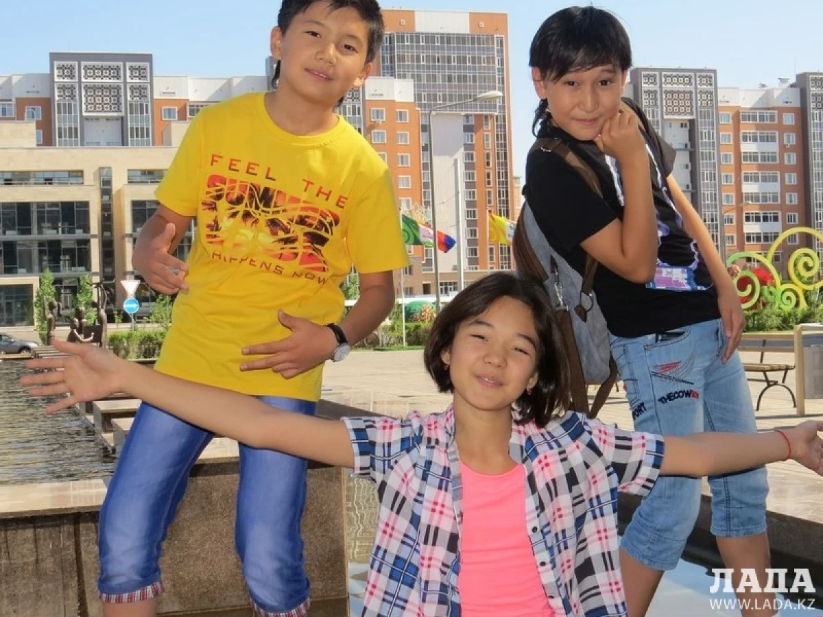 Жомарт Маратов, Карина Шайгузова и Нурболат Наурзбек в Астане