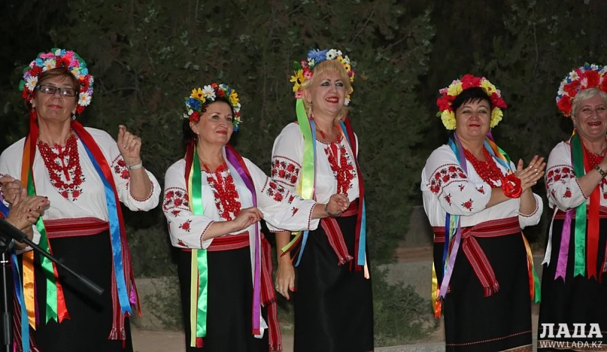 хор &quot;Червона калина&quot;||news_pic_more|<!--TBegin--><a href="https://img.lada.kz/2015-07/1436204790_dom-2401.jpg" onclick="return hs.expand(this)" ><img align="left" src="https://img.lada.kz/2015-07/thumbs/1436204790_dom-2401.jpg" alt='Украинская диаспора Актау встретила ночь Ивана Купалы' title='Украинская диаспора Актау встретила ночь Ивана Купалы'  /></a><!--TEnd--><br /><!--TBegin--><a href="https://img.lada.kz/2015-07/1436204806_dom-2291.jpg" onclick="return hs.expand(this)" ><img align="left" src="https://img.lada.kz/2015-07/thumbs/1436204806_dom-2291.jpg" alt='Украинская диаспора Актау встретила ночь Ивана Купалы' title='Украинская диаспора Актау встретила ночь Ивана Купалы'  /></a><!--TEnd--><br /><!--TBegin--><a href="https://img.lada.kz/2015-07/1436204851_dom-2305.jpg" onclick="return hs.expand(this)" ><img align="left" src="https://img.lada.kz/2015-07/thumbs/1436204851_dom-2305.jpg" alt='Украинская диаспора Актау встретила ночь Ивана Купалы' title='Украинская диаспора Актау встретила ночь Ивана Купалы'  /></a><!--TEnd--><br /><!--TBegin--><a href="https://img.lada.kz/2015-07/1436204830_dom-2306.jpg" onclick="return hs.expand(this)" ><img align="left" src="https://img.lada.kz/2015-07/thumbs/1436204830_dom-2306.jpg" alt='Украинская диаспора Актау встретила ночь Ивана Купалы' title='Украинская диаспора Актау встретила ночь Ивана Купалы'  /></a><!--TEnd--><br /><!--TBegin--><a href="https://img.lada.kz/2015-07/1436204783_dom-2308.jpg" onclick="return hs.expand(this)" ><img align="left" src="https://img.lada.kz/2015-07/thumbs/1436204783_dom-2308.jpg" alt='Украинская диаспора Актау встретила ночь Ивана Купалы' title='Украинская диаспора Актау встретила ночь Ивана Купалы'  /></a><!--TEnd--><br /><!--TBegin--><a href="https://img.lada.kz/2015-07/1436204795_dom-2313.jpg" onclick="return hs.expand(this)" ><img align="left" src="https://img.lada.kz/2015-07/thumbs/1436204795_dom-2313.jpg" alt='Украинская диаспора Актау встретила ночь Ивана Купалы' title='Украинская диаспора Актау встретила ночь Ивана Купалы'  /></a><!--TEnd--><br /><!--TBegin--><a href="https://img.lada.kz/2015-07/1436204815_dom-2319.jpg" onclick="return hs.expand(this)" ><img align="left" src="https://img.lada.kz/2015-07/thumbs/1436204815_dom-2319.jpg" alt='Украинская диаспора Актау встретила ночь Ивана Купалы' title='Украинская диаспора Актау встретила ночь Ивана Купалы'  /></a><!--TEnd--><br /><!--TBegin--><a href="https://img.lada.kz/2015-07/1436204795_dom-2329.jpg" onclick="return hs.expand(this)" ><img align="left" src="https://img.lada.kz/2015-07/thumbs/1436204795_dom-2329.jpg" alt='Украинская диаспора Актау встретила ночь Ивана Купалы' title='Украинская диаспора Актау встретила ночь Ивана Купалы'  /></a><!--TEnd--><br /><!--TBegin--><a href="https://img.lada.kz/2015-07/1436204805_dom-2330.jpg" onclick="return hs.expand(this)" ><img align="left" src="https://img.lada.kz/2015-07/thumbs/1436204805_dom-2330.jpg" alt='Украинская диаспора Актау встретила ночь Ивана Купалы' title='Украинская диаспора Актау встретила ночь Ивана Купалы'  /></a><!--TEnd--><br /><!--TBegin--><a href="https://img.lada.kz/2015-07/1436204823_dom-2337.jpg" onclick="return hs.expand(this)" ><img align="left" src="https://img.lada.kz/2015-07/thumbs/1436204823_dom-2337.jpg" alt='Украинская диаспора Актау встретила ночь Ивана Купалы' title='Украинская диаспора Актау встретила ночь Ивана Купалы'  /></a><!--TEnd--><br /><!--TBegin--><a href="https://img.lada.kz/2015-07/1436204768_dom-2340.jpg" onclick="return hs.expand(this)" ><img align="left" src="https://img.lada.kz/2015-07/thumbs/1436204768_dom-2340.jpg" alt='Украинская диаспора Актау встретила ночь Ивана Купалы' title='Украинская диаспора Актау встретила ночь Ивана Купалы'  /></a><!--TEnd--><br /><!--TBegin--><a href="https://img.lada.kz/2015-07/1436204783_dom-2347.jpg" onclick="return hs.expand(this)" ><img align="left" src="https://img.lada.kz/2015-07/thumbs/1436204783_dom-2347.jpg" alt='Украинская диаспора Актау встретила ночь Ивана Купалы' title='Украинская диаспора Актау встретила ночь Ивана Купалы'  /></a><!--TEnd--><br /><!--TBegin--><a href="https://img.lada.kz/2015-07/1436204791_dom-2351.jpg" onclick="return hs.expand(this)" ><img align="left" src="https://img.lada.kz/2015-07/thumbs/1436204791_dom-2351.jpg" alt='Украинская диаспора Актау встретила ночь Ивана Купалы' title='Украинская диаспора Актау встретила ночь Ивана Купалы'  /></a><!--TEnd--><br /><!--TBegin--><a href="https://img.lada.kz/2015-07/1436204769_dom-2360.jpg" onclick="return hs.expand(this)" ><img align="left" src="https://img.lada.kz/2015-07/thumbs/1436204769_dom-2360.jpg" alt='Украинская диаспора Актау встретила ночь Ивана Купалы' title='Украинская диаспора Актау встретила ночь Ивана Купалы'  /></a><!--TEnd--><br /><!--TBegin--><a href="https://img.lada.kz/2015-07/1436204853_dom-2363.jpg" onclick="return hs.expand(this)" ><img align="left" src="https://img.lada.kz/2015-07/thumbs/1436204853_dom-2363.jpg" alt='Украинская диаспора Актау встретила ночь Ивана Купалы' title='Украинская диаспора Актау встретила ночь Ивана Купалы'  /></a><!--TEnd--><br /><!--TBegin--><a href="https://img.lada.kz/2015-07/1436204826_dom-2369.jpg" onclick="return hs.expand(this)" ><img align="left" src="https://img.lada.kz/2015-07/thumbs/1436204826_dom-2369.jpg" alt='Украинская диаспора Актау встретила ночь Ивана Купалы' title='Украинская диаспора Актау встретила ночь Ивана Купалы'  /></a><!--TEnd--><br /><!--TBegin--><a href="https://img.lada.kz/2015-07/1436204766_dom-2373.jpg" onclick="return hs.expand(this)" ><img align="left" src="https://img.lada.kz/2015-07/thumbs/1436204766_dom-2373.jpg" alt='Украинская диаспора Актау встретила ночь Ивана Купалы' title='Украинская диаспора Актау встретила ночь Ивана Купалы'  /></a><!--TEnd--><br /><!--TBegin--><a href="https://img.lada.kz/2015-07/1436204809_dom-2379.jpg" onclick="return hs.expand(this)" ><img align="left" src="https://img.lada.kz/2015-07/thumbs/1436204809_dom-2379.jpg" alt='Украинская диаспора Актау встретила ночь Ивана Купалы' title='Украинская диаспора Актау встретила ночь Ивана Купалы'  /></a><!--TEnd--><br /><!--TBegin--><a href="https://img.lada.kz/2015-07/1436204799_dom-2386.jpg" onclick="return hs.expand(this)" ><img align="left" src="https://img.lada.kz/2015-07/thumbs/1436204799_dom-2386.jpg" alt='Украинская диаспора Актау встретила ночь Ивана Купалы' title='Украинская диаспора Актау встретила ночь Ивана Купалы'  /></a><!--TEnd--><br /><!--TBegin--><a href="https://img.lada.kz/2015-07/1436204851_dom-2390.jpg" onclick="return hs.expand(this)" ><img align="left" src="https://img.lada.kz/2015-07/thumbs/1436204851_dom-2390.jpg" alt='Украинская диаспора Актау встретила ночь Ивана Купалы' title='Украинская диаспора Актау встретила ночь Ивана Купалы'  /></a><!--TEnd--><br /><!--TBegin--><a href="https://img.lada.kz/2015-07/1436204803_dom-2391.jpg" onclick="return hs.expand(this)" ><img align="left" src="https://img.lada.kz/2015-07/thumbs/1436204803_dom-2391.jpg" alt='Украинская диаспора Актау встретила ночь Ивана Купалы' title='Украинская диаспора Актау встретила ночь Ивана Купалы'  /></a><!--TEnd--><br /><!--TBegin--><a href="https://img.lada.kz/2015-07/1436204853_dom-2395.jpg" onclick="return hs.expand(this)" ><img align="left" src="https://img.lada.kz/2015-07/thumbs/1436204853_dom-2395.jpg" alt='Украинская диаспора Актау встретила ночь Ивана Купалы' title='Украинская диаспора Актау встретила ночь Ивана Купалы'  /></a><!--TEnd--><br /><!--TBegin--><a href="https://img.lada.kz/2015-07/1436204859_dom-2397.jpg" onclick="return hs.expand(this)" ><img align="left" src="https://img.lada.kz/2015-07/thumbs/1436204859_dom-2397.jpg" alt='Украинская диаспора Актау встретила ночь Ивана Купалы' title='Украинская диаспора Актау встретила ночь Ивана Купалы'  /></a><!--TEnd-->