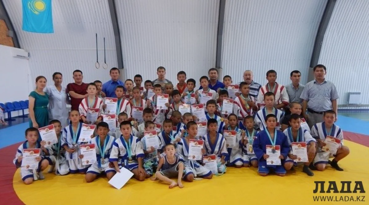 Победители и призеры турнира. Фото федерации дзюдо и казакша курес
