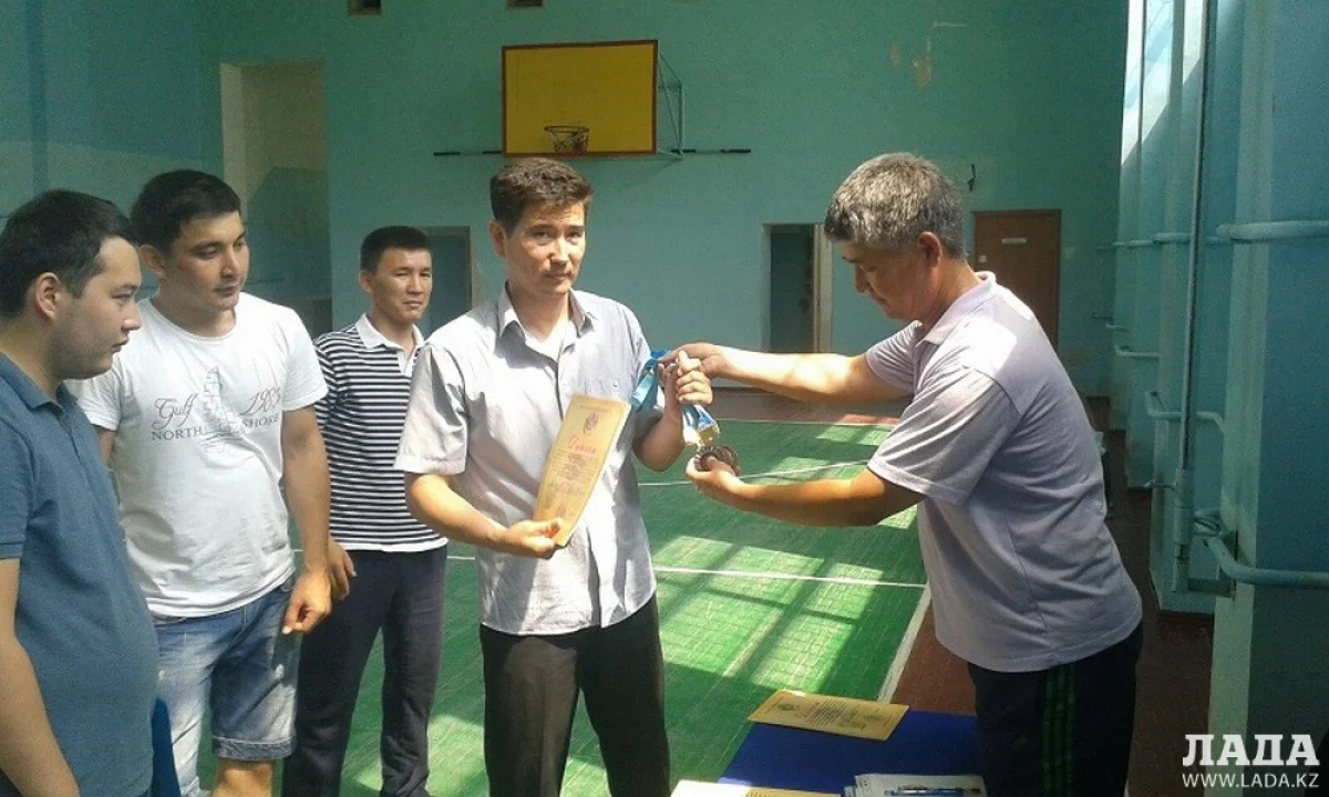 Церемония награждения. Фото предоставлено участниками соревнований||news_pic_more|<!--TBegin--><a href="https://img.lada.kz/2015-07/1436860212_img_9042.jpg" onclick="return hs.expand(this)" ><img src="https://img.lada.kz/2015-07/thumbs/1436860212_img_9042.jpg" alt='В Актау прошел турнир по дартсу и асық ату среди госслужащих' title='В Актау прошел турнир по дартсу и асық ату среди госслужащих'  /></a><!--TEnd--><br /><!--TBegin--><a href="https://img.lada.kz/2015-07/1436860314_img_9081.jpg" onclick="return hs.expand(this)" ><img align="left" src="https://img.lada.kz/2015-07/thumbs/1436860314_img_9081.jpg" alt='В Актау прошел турнир по дартсу и асық ату среди госслужащих' title='В Актау прошел турнир по дартсу и асық ату среди госслужащих'  /></a><!--TEnd--><br /><!--TBegin--><a href="https://img.lada.kz/2015-07/1436860304_img_9086.jpg" onclick="return hs.expand(this)" ><img align="left" src="https://img.lada.kz/2015-07/thumbs/1436860304_img_9086.jpg" alt='В Актау прошел турнир по дартсу и асық ату среди госслужащих' title='В Актау прошел турнир по дартсу и асық ату среди госслужащих'  /></a><!--TEnd--><br /><!--TBegin--><a href="https://img.lada.kz/2015-07/1436860339_img_9038.jpg" onclick="return hs.expand(this)" ><img src="https://img.lada.kz/2015-07/thumbs/1436860339_img_9038.jpg" alt='В Актау прошел турнир по дартсу и асық ату среди госслужащих' title='В Актау прошел турнир по дартсу и асық ату среди госслужащих'  /></a><!--TEnd-->