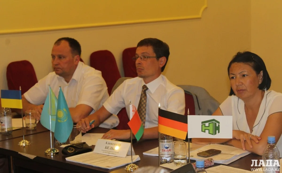 Участники летней школы||news_pic_more|<!--TBegin--><a href="https://img.lada.kz/2015-07/1437551363_img_7018.jpg" onclick="return hs.expand(this)" ><img align="left" src="https://img.lada.kz/2015-07/thumbs/1437551363_img_7018.jpg" alt='Для мангистауских работников ПКСК организовали летнюю школу' title='Для мангистауских работников ПКСК организовали летнюю школу'  /></a><!--TEnd--><br /><!--TBegin--><a href="https://img.lada.kz/2015-07/1437551353_img_7019.jpg" onclick="return hs.expand(this)" ><img align="left" src="https://img.lada.kz/2015-07/thumbs/1437551353_img_7019.jpg" alt='Для мангистауских работников ПКСК организовали летнюю школу' title='Для мангистауских работников ПКСК организовали летнюю школу'  /></a><!--TEnd--><br /><!--TBegin--><a href="https://img.lada.kz/2015-07/1437551414_img_7035.jpg" onclick="return hs.expand(this)" ><img align="left" src="https://img.lada.kz/2015-07/thumbs/1437551414_img_7035.jpg" alt='Для мангистауских работников ПКСК организовали летнюю школу' title='Для мангистауских работников ПКСК организовали летнюю школу'  /></a><!--TEnd--><br /><!--TBegin--><a href="https://img.lada.kz/2015-07/1437551429_img_7058.jpg" onclick="return hs.expand(this)" ><img align="left" src="https://img.lada.kz/2015-07/thumbs/1437551429_img_7058.jpg" alt='Для мангистауских работников ПКСК организовали летнюю школу' title='Для мангистауских работников ПКСК организовали летнюю школу'  /></a><!--TEnd-->