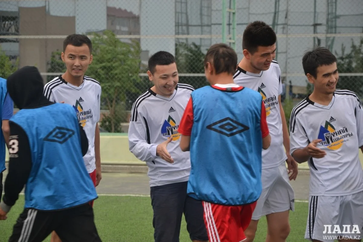 Приветствие команд||news_pic_more|<!--TBegin--><a href="https://img.lada.kz/2015-07/1437566922_dsc_0044.jpg" onclick="return hs.expand(this)" ><img align="left" src="https://img.lada.kz/2015-07/thumbs/1437566922_dsc_0044.jpg" alt='Мангистауские и актюбинские команды «Жайдарман» сыграли в футбол' title='Мангистауские и актюбинские команды «Жайдарман» сыграли в футбол'  /></a><!--TEnd--><br /><!--TBegin--><a href="https://img.lada.kz/2015-07/1437566881_dsc_0088.jpg" onclick="return hs.expand(this)" ><img align="left" src="https://img.lada.kz/2015-07/thumbs/1437566881_dsc_0088.jpg" alt='Мангистауские и актюбинские команды «Жайдарман» сыграли в футбол' title='Мангистауские и актюбинские команды «Жайдарман» сыграли в футбол'  /></a><!--TEnd--><br /><!--TBegin--><a href="https://img.lada.kz/2015-07/1437567061_dsc_3565.jpg" onclick="return hs.expand(this)" ><img align="left" src="https://img.lada.kz/2015-07/thumbs/1437567061_dsc_3565.jpg" alt='Мангистауские и актюбинские команды «Жайдарман» сыграли в футбол' title='Мангистауские и актюбинские команды «Жайдарман» сыграли в футбол'  /></a><!--TEnd-->
